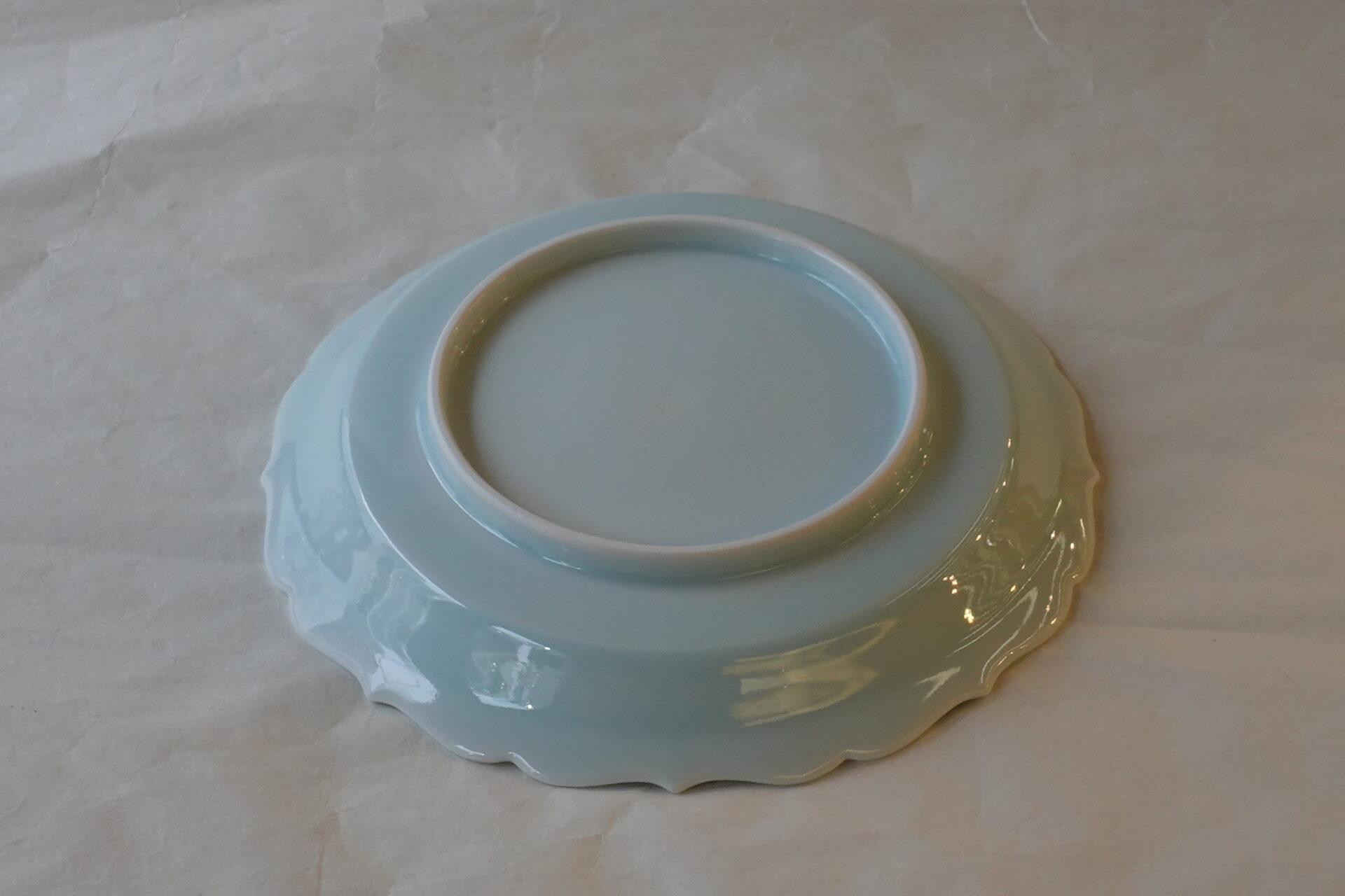 陶磁器 美濃焼 青白磁 ７寸皿 人間国宝 塚本快示 快山窯 品がある きれい 素晴らしい 有名 透明感 美しい 気品 彫紋 瑞鳥 吉兆を象徴 唐草 縁起がいい 繁栄 末永く続く 家運興隆 子孫繁栄 輪花 盛りやすい 使いやすい 流麗な文様 高い技術 美の極致 美濃焼 鉄瓶 陶器 漆 漆器 有田焼 金継ぎ 焼き物 食器 陶磁器 伝統工芸品 茶碗 工芸品 九谷焼 南部鉄器 陶芸 陶器市 岐阜 焼き物 磁器 瀬戸物 岐阜県 岐阜市 美殿町６−番地 小林漆陶 漆塗り器 織部焼 小林漆器 箸 金継ぎ お香 食器 茶道具 陶器 美濃焼専門店 お皿 ceramics ih pottery うつわ うつわ屋 お皿屋さん お茶 お茶碗 お箸 かまど この辺に陶器屋さんってあります とうきいち やきもの ガラス工房 ギフト　ギフトショップ マグカップ モダン焼物 レンジできる陶器 切子 南部鉄器 どこ　岐阜市南部鉄器販売店 南部鉄器購入 岐阜県器屋 土鍋 岐阜小洒落たお皿 お椀が出る店 器 塗り物 漆塗り 陶器屋さん 食器屋さん お椀 ひのき 岐阜城周辺茶道具 販売陶器 販売陶器屋さん 陶器店 漆器店 岐阜有名な器屋さん 岐阜県食器売ってるところ 岐阜駅 陶器工芸品店 徳利 売ってる店 急須販売 扇子 抹茶 掛け軸 修復 日本陶瓷 漆器 木の食器 樺細工 江戸切子 食器 漆の器 漆器 うるし 漆器店 漆塗 漆椀 火鉢 灰 美殿町商店街 美濃焼ショップ 岐阜市 湯呑み お店 付近 美濃焼き専門店 美濃焼販売 花瓶 茶器 オンライン輪島塗 なつめ 店近くのガラス屋さん 近くの陶器屋さん 酒器 ガラス 金継ぎ依頼 岐阜鉄器鉄瓶 取扱店 Japanese 陶器 修理 陶器専門店 陶器小売店 岐阜陶器屋 陶器店 陶磁器 陶磁器専門店 陶芸家 おすすめ お店 岐阜食洗機対応 漆椀 Gifu JapanesetablewareJapanesecrafts Japaneseceramics Japanesepottery Handcrafted TraditionalCrafts Japaneseculture Traditionalart Japaneseteautensils TeaCeremony Japaneselacquerware インテリア 一輪挿し 入れ物 陶芸 陶芸皿 陶器いろいろ 陶器店 絵皿 絵柄 オンラインショップ 置物 おひつ オーブントースター 置物スタイリッシュ お皿 オブジェ 置物かわいい お皿陶磁器 お椀陶器 陶器欠損補修 花瓶 貫入 傘立て 陶器花 カップ 花 陶磁器 陶器金継ぎ キャニスター 器 急須 京都 金彩 九州 急須 陶芸食器 コーヒーカップ コップ 小物入れ 皿 ごはん鍋 食洗機 修理 食器 修理金継ぎ 陶器販売 瀬戸物 染付 タンブラー 耐熱陶器 茶碗 近くの陶器店 通販 土物 通販 手作り陶器 陶磁器 鍋 棗 お茶道具セット 近くの茶道具店 荒目板 茶道具の扱い方 一閑茶張り 茶道具一式 糸巻棚 裏千家入門セット 薄板 歌花筒 茶道具通販 裏千家 円座 干支扇子 オンラインショップ 茶道具オンライン 茶道稽古セット 表千家茶道具 お抹茶セット 釜 かいし 懐紙 菓子器 懐紙入れ 皆具 官休庵 黒文字 桑小卓 黒茶碗 黒柿 建水 結界 携帯用茶道具 稽古用茶道具 香合 香炉 茶通箱 初心者セット 仕覆 茶道具収納箱 敷板 杓立て すいはつ 数寄屋袋 透木釜 数茶碗 炭斗 水滴 すいはつ 茶道具専門店