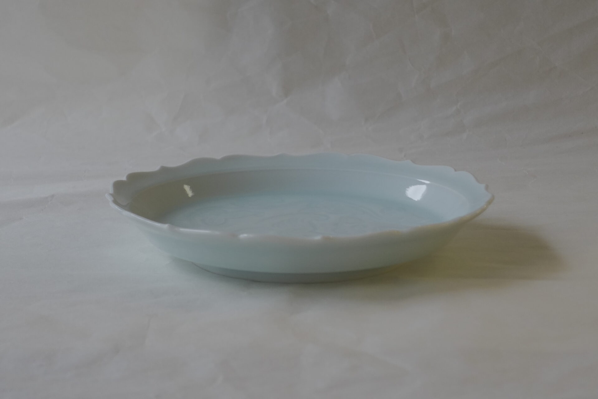 陶磁器 美濃焼 青白磁 ７寸皿 人間国宝 塚本快示 快山窯 品がある きれい 素晴らしい 有名 透明感 美しい 気品 彫紋 瑞鳥 吉兆を象徴 唐草 縁起がいい 繁栄 末永く続く 家運興隆 子孫繁栄 輪花 盛りやすい 使いやすい 流麗な文様 高い技術 美の極致 美濃焼 鉄瓶 陶器 漆 漆器 有田焼 金継ぎ 焼き物 食器 陶磁器 伝統工芸品 茶碗 工芸品 九谷焼 南部鉄器 陶芸 陶器市 岐阜 焼き物 磁器 瀬戸物 岐阜県 岐阜市 美殿町６−番地 小林漆陶 漆塗り器 織部焼 小林漆器 箸 金継ぎ お香 食器 茶道具 陶器 美濃焼専門店 お皿 ceramics ih pottery うつわ うつわ屋 お皿屋さん お茶 お茶碗 お箸 かまど この辺に陶器屋さんってあります とうきいち やきもの ガラス工房 ギフト　ギフトショップ マグカップ モダン焼物 レンジできる陶器 切子 南部鉄器 どこ　岐阜市南部鉄器販売店 南部鉄器購入 岐阜県器屋 土鍋 岐阜小洒落たお皿 お椀が出る店 器 塗り物 漆塗り 陶器屋さん 食器屋さん お椀 ひのき 岐阜城周辺茶道具 販売陶器 販売陶器屋さん 陶器店 漆器店 岐阜有名な器屋さん 岐阜県食器売ってるところ 岐阜駅 陶器工芸品店 徳利 売ってる店 急須販売 扇子 抹茶 掛け軸 修復 日本陶瓷 漆器 木の食器 樺細工 江戸切子 食器 漆の器 漆器 うるし 漆器店 漆塗 漆椀 火鉢 灰 美殿町商店街 美濃焼ショップ 岐阜市 湯呑み お店 付近 美濃焼き専門店 美濃焼販売 花瓶 茶器 オンライン輪島塗 なつめ 店近くのガラス屋さん 近くの陶器屋さん 酒器 ガラス 金継ぎ依頼 岐阜鉄器鉄瓶 取扱店 Japanese 陶器 修理 陶器専門店 陶器小売店 岐阜陶器屋 陶器店 陶磁器 陶磁器専門店 陶芸家 おすすめ お店 岐阜食洗機対応 漆椀 Gifu JapanesetablewareJapanesecrafts Japaneseceramics Japanesepottery Handcrafted TraditionalCrafts Japaneseculture Traditionalart Japaneseteautensils TeaCeremony Japaneselacquerware インテリア 一輪挿し 入れ物 陶芸 陶芸皿 陶器いろいろ 陶器店 絵皿 絵柄 オンラインショップ 置物 おひつ オーブントースター 置物スタイリッシュ お皿 オブジェ 置物かわいい お皿陶磁器 お椀陶器 陶器欠損補修 花瓶 貫入 傘立て 陶器花 カップ 花 陶磁器 陶器金継ぎ キャニスター 器 急須 京都 金彩 九州 急須 陶芸食器 コーヒーカップ コップ 小物入れ 皿 ごはん鍋 食洗機 修理 食器 修理金継ぎ 陶器販売 瀬戸物 染付 タンブラー 耐熱陶器 茶碗 近くの陶器店 通販 土物 通販 手作り陶器 陶磁器 鍋 棗 お茶道具セット 近くの茶道具店 荒目板 茶道具の扱い方 一閑茶張り 茶道具一式 糸巻棚 裏千家入門セット 薄板 歌花筒 茶道具通販 裏千家 円座 干支扇子 オンラインショップ 茶道具オンライン 茶道稽古セット 表千家茶道具 お抹茶セット 釜 かいし 懐紙 菓子器 懐紙入れ 皆具 官休庵 黒文字 桑小卓 黒茶碗 黒柿 建水 結界 携帯用茶道具 稽古用茶道具 香合 香炉 茶通箱 初心者セット 仕覆 茶道具収納箱 敷板 杓立て すいはつ 数寄屋袋 透木釜 数茶碗 炭斗 水滴 すいはつ 茶道具専門店