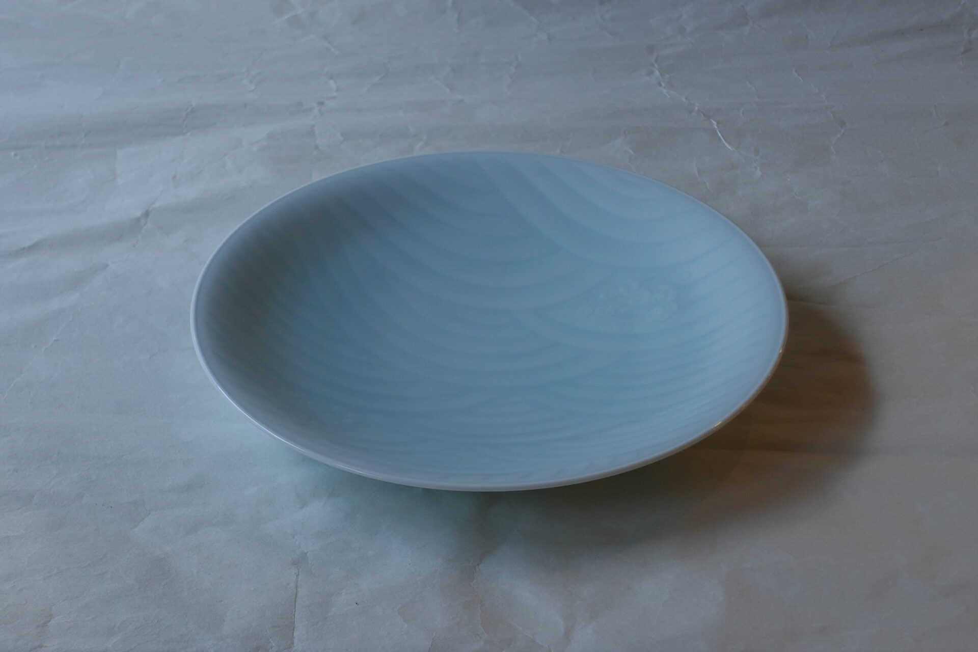 陶磁器 美濃焼 青白磁 8寸皿 人間国宝 塚本快示 快山窯 品がある きれい 素晴らしい 透明感 青海波 彫紋 美しい 気品 有名な文様 海の波 永遠に続くこと 縁起がいい 吉祥文 流麗 高い技術 美の極致 美濃焼 鉄瓶 陶器 漆 漆器 有田焼 金継ぎ 焼き物 食器 陶磁器 伝統工芸品 茶碗 工芸品 九谷焼 南部鉄器 陶芸 陶器市 岐阜 焼き物 磁器 瀬戸物 岐阜県 岐阜市 美殿町６−番地 小林漆陶 漆塗り器 織部焼 小林漆器 箸 金継ぎ お香 食器 茶道具 陶器 美濃焼専門店 お皿 ceramics ih pottery うつわ うつわ屋 お皿屋さん お茶 お茶碗 お箸 かまど この辺に陶器屋さんってあります とうきいち やきもの ガラス工房 ギフト　ギフトショップ マグカップ モダン焼物 レンジできる陶器 切子 南部鉄器 どこ　岐阜市南部鉄器販売店 南部鉄器購入 岐阜県器屋 土鍋 岐阜小洒落たお皿 お椀が出る店 器 塗り物 漆塗り 陶器屋さん 食器屋さん お椀 ひのき 岐阜城周辺茶道具 販売陶器 販売陶器屋さん 陶器店 漆器店 岐阜有名な器屋さん 岐阜県食器売ってるところ 岐阜駅 陶器工芸品店 徳利 売ってる店 急須販売 扇子 抹茶 掛け軸 修復 日本陶瓷 漆器 木の食器 樺細工 江戸切子 食器 漆の器 漆器 うるし 漆器店 漆塗 漆椀 火鉢 灰 美殿町商店街 美濃焼ショップ 岐阜市 湯呑み お店 付近 美濃焼き専門店 美濃焼販売 花瓶 茶器 オンライン輪島塗 なつめ 店近くのガラス屋さん 近くの陶器屋さん 酒器 ガラス 金継ぎ依頼 岐阜鉄器鉄瓶 取扱店 Japanese 陶器 修理 陶器専門店 陶器小売店 岐阜陶器屋 陶器店 陶磁器 陶磁器専門店 陶芸家 おすすめ お店 岐阜食洗機対応 漆椀 Gifu JapanesetablewareJapanesecrafts Japaneseceramics Japanesepottery Handcrafted TraditionalCrafts Japaneseculture Traditionalart Japaneseteautensils TeaCeremony Japaneselacquerware インテリア 一輪挿し 入れ物 陶芸 陶芸皿 陶器いろいろ 陶器店 絵皿 絵柄 オンラインショップ 置物 おひつ オーブントースター 置物スタイリッシュ お皿 オブジェ 置物かわいい お皿陶磁器 お椀陶器 陶器欠損補修 花瓶 貫入 傘立て 陶器花 カップ 花 陶磁器 陶器金継ぎ キャニスター 器 急須 京都 金彩 九州 急須 陶芸食器 コーヒーカップ コップ 小物入れ 皿 ごはん鍋 食洗機 修理 食器 修理金継ぎ 陶器販売 瀬戸物 染付 タンブラー 耐熱陶器 茶碗 近くの陶器店 通販 土物 通販 手作り陶器 陶磁器 鍋