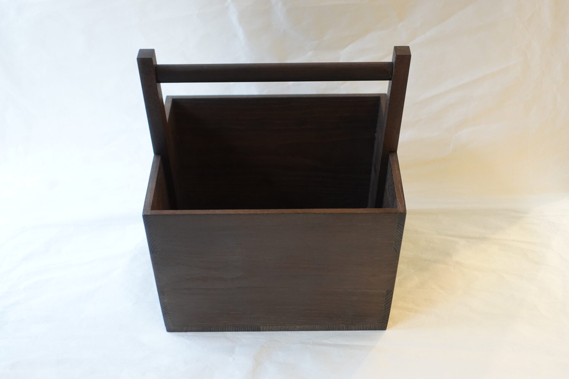 茶道 茶の湯 茶道具 日本製 箱炭斗 木製 手付 持ち運べる 出し入れしやすい形 頑丈 持ち手 軽い 使いやすい 持ちやすい 美しさ 究極の形 入れ物 機能的 美濃焼 鉄瓶 陶器 漆 漆器 有田焼 金継ぎ 焼き物 食器 陶磁器 伝統工芸品 茶碗 工芸品 九谷焼 南部鉄器 陶芸 陶器市 岐阜 焼き物 磁器 瀬戸物 岐阜県 岐阜市 美殿町６−番地 小林漆陶 漆塗り器 織部焼 小林漆器 箸 金継ぎ お香 食器 茶道具 陶器 美濃焼専門店 お皿 ceramics ih pottery うつわ うつわ屋 お皿屋さん お茶 お茶碗 お箸 かまど この辺に陶器屋さんってあります とうきいち やきもの ガラス工房 ギフト　ギフトショップ マグカップ モダン焼物 レンジできる陶器 切子 南部鉄器 どこ　岐阜市南部鉄器販売店 南部鉄器購入 岐阜県器屋 土鍋 岐阜小洒落たお皿 お椀が出る店 器 塗り物 漆塗り 陶器屋さん 食器屋さん お椀 ひのき 岐阜城周辺茶道具 販売陶器 販売陶器屋さん 陶器店 漆器店 岐阜有名な器屋さん 岐阜県食器売ってるところ 岐阜駅 陶器工芸品店 徳利 売ってる店 急須販売 扇子 抹茶 掛け軸 修復 日本陶瓷 漆器 木の食器 樺細工 江戸切子 食器 漆の器 漆器 うるし 漆器店 漆塗 漆椀 火鉢 灰 美殿町商店街 美濃焼ショップ 岐阜市 湯呑み お店 付近 美濃焼き専門店 美濃焼販売 花瓶 茶器 オンライン輪島塗 なつめ 店近くのガラス屋さん 近くの陶器屋さん 酒器 ガラス 金継ぎ依頼 岐阜鉄器鉄瓶 取扱店 Japanese 陶器 修理 陶器専門店 陶器小売店 岐阜陶器屋 陶器店 陶磁器 陶磁器専門店 陶芸家 おすすめ お店 岐阜食洗機対応 漆椀 Gifu JapanesetablewareJapanesecrafts Japaneseceramics Japanesepottery Handcrafted TraditionalCrafts Japaneseculture Traditionalart Japaneseteautensils TeaCeremony Japaneselacquerware 棗 お茶道具セット 近くの茶道具店 荒目板 茶道具の扱い方 一閑茶張り 茶道具一式 糸巻棚 裏千家入門セット 薄板 歌花筒 茶道具通販 裏千家 円座 干支扇子 オンラインショップ 茶道具オンライン 茶道稽古セット 表千家茶道具 お抹茶セット 釜 かいし 懐紙 菓子器 懐紙入れ 皆具 官休庵 黒文字 桑小卓 黒茶碗 黒柿 建水 結界 携帯用茶道具 稽古用茶道具 香合 香炉 茶通箱 初心者セット 仕覆 茶道具収納箱 敷板 杓立て すいはつ 数寄屋袋 透木釜 数茶碗 炭斗 水滴 すいはつ 茶道具専門店