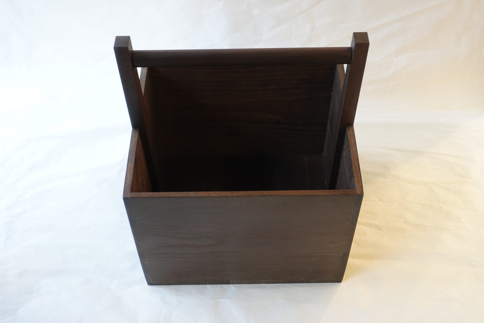 茶道 茶の湯 茶道具 日本製 箱炭斗 木製 手付 持ち運べる 出し入れしやすい形 頑丈 持ち手 軽い 使いやすい 持ちやすい 美しさ 究極の形 入れ物 機能的 美濃焼 鉄瓶 陶器 漆 漆器 有田焼 金継ぎ 焼き物 食器 陶磁器 伝統工芸品 茶碗 工芸品 九谷焼 南部鉄器 陶芸 陶器市 岐阜 焼き物 磁器 瀬戸物 岐阜県 岐阜市 美殿町６−番地 小林漆陶 漆塗り器 織部焼 小林漆器 箸 金継ぎ お香 食器 茶道具 陶器 美濃焼専門店 お皿 ceramics ih pottery うつわ うつわ屋 お皿屋さん お茶 お茶碗 お箸 かまど この辺に陶器屋さんってあります とうきいち やきもの ガラス工房 ギフト　ギフトショップ マグカップ モダン焼物 レンジできる陶器 切子 南部鉄器 どこ　岐阜市南部鉄器販売店 南部鉄器購入 岐阜県器屋 土鍋 岐阜小洒落たお皿 お椀が出る店 器 塗り物 漆塗り 陶器屋さん 食器屋さん お椀 ひのき 岐阜城周辺茶道具 販売陶器 販売陶器屋さん 陶器店 漆器店 岐阜有名な器屋さん 岐阜県食器売ってるところ 岐阜駅 陶器工芸品店 徳利 売ってる店 急須販売 扇子 抹茶 掛け軸 修復 日本陶瓷 漆器 木の食器 樺細工 江戸切子 食器 漆の器 漆器 うるし 漆器店 漆塗 漆椀 火鉢 灰 美殿町商店街 美濃焼ショップ 岐阜市 湯呑み お店 付近 美濃焼き専門店 美濃焼販売 花瓶 茶器 オンライン輪島塗 なつめ 店近くのガラス屋さん 近くの陶器屋さん 酒器 ガラス 金継ぎ依頼 岐阜鉄器鉄瓶 取扱店 Japanese 陶器 修理 陶器専門店 陶器小売店 岐阜陶器屋 陶器店 陶磁器 陶磁器専門店 陶芸家 おすすめ お店 岐阜食洗機対応 漆椀 Gifu JapanesetablewareJapanesecrafts Japaneseceramics Japanesepottery Handcrafted TraditionalCrafts Japaneseculture Traditionalart Japaneseteautensils TeaCeremony Japaneselacquerware 棗 お茶道具セット 近くの茶道具店 荒目板 茶道具の扱い方 一閑茶張り 茶道具一式 糸巻棚 裏千家入門セット 薄板 歌花筒 茶道具通販 裏千家 円座 干支扇子 オンラインショップ 茶道具オンライン 茶道稽古セット 表千家茶道具 お抹茶セット 釜 かいし 懐紙 菓子器 懐紙入れ 皆具 官休庵 黒文字 桑小卓 黒茶碗 黒柿 建水 結界 携帯用茶道具 稽古用茶道具 香合 香炉 茶通箱 初心者セット 仕覆 茶道具収納箱 敷板 杓立て すいはつ 数寄屋袋 透木釜 数茶碗 炭斗 水滴 すいはつ 茶道具専門店