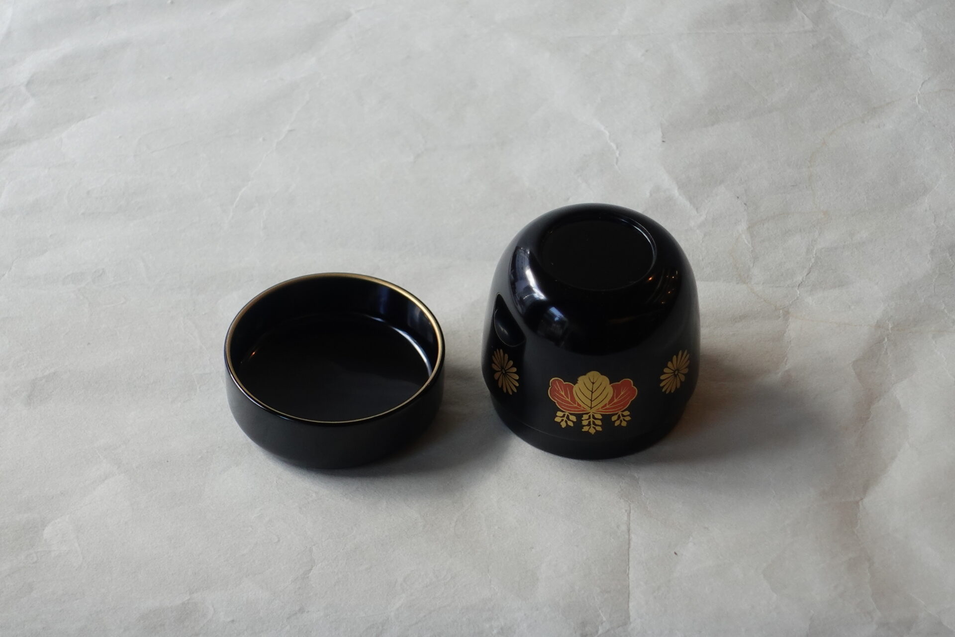 茶道 茶の湯 茶道具 越前塗 木製 茶器 中棗 薄茶 菊桐蒔絵 華麗 漆器 美濃焼 鉄瓶 陶器 漆 漆器 有田焼 金継ぎ 焼き物 食器 陶磁器 伝統工芸品 茶碗 工芸品 九谷焼 南部鉄器 陶芸 陶器市 岐阜 焼き物 磁器 瀬戸物 岐阜県 岐阜市 美殿町６−番地 小林漆陶 漆塗り器 織部焼 小林漆器 箸 金継ぎ お香 食器 茶道具 陶器 美濃焼専門店 お皿 ceramics ih pottery うつわ うつわ屋 お皿屋さん お茶 お茶碗 お箸 かまど この辺に陶器屋さんってあります とうきいち やきもの ガラス工房 ギフト　ギフトショップ マグカップ モダン焼物 レンジできる陶器 切子 南部鉄器 どこ　岐阜市南部鉄器販売店 南部鉄器購入 岐阜県器屋 土鍋 岐阜小洒落たお皿 お椀が出る店 器 塗り物 漆塗り 陶器屋さん 食器屋さん お椀 ひのき 岐阜城周辺茶道具 販売陶器 販売陶器屋さん 陶器店 漆器店 岐阜有名な器屋さん 岐阜県食器売ってるところ 岐阜駅 陶器工芸品店 徳利 売ってる店 急須販売 扇子 抹茶 掛け軸 修復 日本陶瓷 漆器 木の食器 樺細工 江戸切子 食器 漆の器 漆器 うるし 漆器店 漆塗 漆椀 火鉢 灰 美殿町商店街 美濃焼ショップ 岐阜市 湯呑み お店 付近 美濃焼き専門店 美濃焼販売 花瓶 茶器 オンライン輪島塗 なつめ 店近くのガラス屋さん 近くの陶器屋さん 酒器 ガラス 金継ぎ依頼 岐阜鉄器鉄瓶 取扱店 Japanese 陶器 修理 陶器専門店 陶器小売店 岐阜陶器屋 陶器店 陶磁器 陶磁器専門店 陶芸家 おすすめ お店 岐阜食洗機対応 漆椀 Gifu JapanesetablewareJapanesecrafts Japaneseceramics Japanesepottery Handcrafted TraditionalCrafts Japaneseculture Traditionalart Japaneseteautensils TeaCeremony Japaneselacquerware 棗 お茶道具セット 近くの茶道具店 荒目板 茶道具の扱い方 一閑茶張り 茶道具一式 糸巻棚 裏千家入門セット 薄板 歌花筒 茶道具通販 裏千家 円座 干支扇子 オンラインショップ 茶道具オンライン 茶道稽古セット 表千家茶道具 お抹茶セット 釜 かいし 懐紙 菓子器 懐紙入れ 皆具 官休庵 黒文字 桑小卓 黒茶碗 黒柿 建水 結界 携帯用茶道具 稽古用茶道具 香合 香炉 茶通箱 初心者セット 仕覆 茶道具収納箱 敷板 杓立て すいはつ 数寄屋袋 透木釜 数茶碗 炭斗 水滴 すいはつ 茶道具専門店