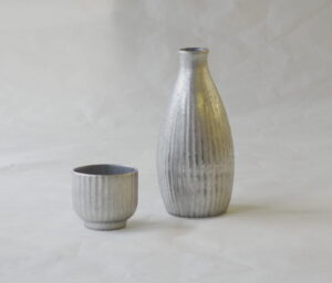 陶磁器 有田焼 酒器 ぐい呑み 徳利 一合 銀彩 黒結晶釉 シルバー 洒落たデザイン スタイリッシュ 薄手 軽い 扱いやすい 軽量 使いやすい 実用的 機能性 美濃焼 鉄瓶 陶器 漆 漆器 有田焼 金継ぎ 焼き物 食器 陶磁器 伝統工芸品 茶碗 工芸品 九谷焼 南部鉄器 陶芸 陶器市 岐阜 焼き物 磁器 瀬戸物 岐阜県 岐阜市 美殿町６−番地 小林漆陶 漆塗り器 織部焼 小林漆器 箸 金継ぎ お香 食器 茶道具 陶器 美濃焼専門店 お皿 ceramics ih pottery うつわ うつわ屋 お皿屋さん お茶 お茶碗 お箸 かまど この辺に陶器屋さんってあります とうきいち やきもの ガラス工房 ギフト　ギフトショップ マグカップ モダン焼物 レンジできる陶器 切子 南部鉄器 どこ　岐阜市南部鉄器販売店 南部鉄器購入 岐阜県器屋 土鍋 岐阜小洒落たお皿 お椀が出る店 器 塗り物 漆塗り 陶器屋さん 食器屋さん お椀 ひのき 岐阜城周辺茶道具 販売陶器 販売陶器屋さん 陶器店 漆器店 岐阜有名な器屋さん 岐阜県食器売ってるところ 岐阜駅 陶器工芸品店 徳利 売ってる店 急須販売 扇子 抹茶 掛け軸 修復 日本陶瓷 漆器 木の食器 樺細工 江戸切子 食器 漆の器 漆器 うるし 漆器店 漆塗 漆椀 火鉢 灰 美殿町商店街 美濃焼ショップ 岐阜市 湯呑み お店 付近 美濃焼き専門店 美濃焼販売 花瓶 茶器 オンライン輪島塗 なつめ 店近くのガラス屋さん 近くの陶器屋さん 酒器 ガラス 金継ぎ依頼 岐阜鉄器鉄瓶 取扱店 Japanese 陶器 修理 陶器専門店 陶器小売店 岐阜陶器屋 陶器店 陶磁器 陶磁器専門店 陶芸家 おすすめ お店 岐阜食洗機対応 漆椀 Gifu JapanesetablewareJapanesecrafts Japaneseceramics Japanesepottery Handcrafted TraditionalCrafts Japaneseculture Traditionalart Japaneseteautensils TeaCeremony Japaneselacquerware インテリア 一輪挿し 入れ物 陶芸 陶芸皿 陶器いろいろ 陶器店 絵皿 絵柄 オンラインショップ 置物 おひつ オーブントースター 置物スタイリッシュ お皿 オブジェ 置物かわいい お皿陶磁器 お椀陶器 陶器欠損補修 花瓶 貫入 傘立て 陶器花 カップ 花 陶磁器 陶器金継ぎ キャニスター 器 急須 京都 金彩 九州 急須 陶芸食器 コーヒーカップ コップ 小物入れ 皿 ごはん鍋 食洗機 修理 食器 修理金継ぎ 陶器販売 瀬戸物 染付 タンブラー 耐熱陶器 茶碗 近くの陶器店 通販 土物 通販 手作り陶器 陶磁器 鍋