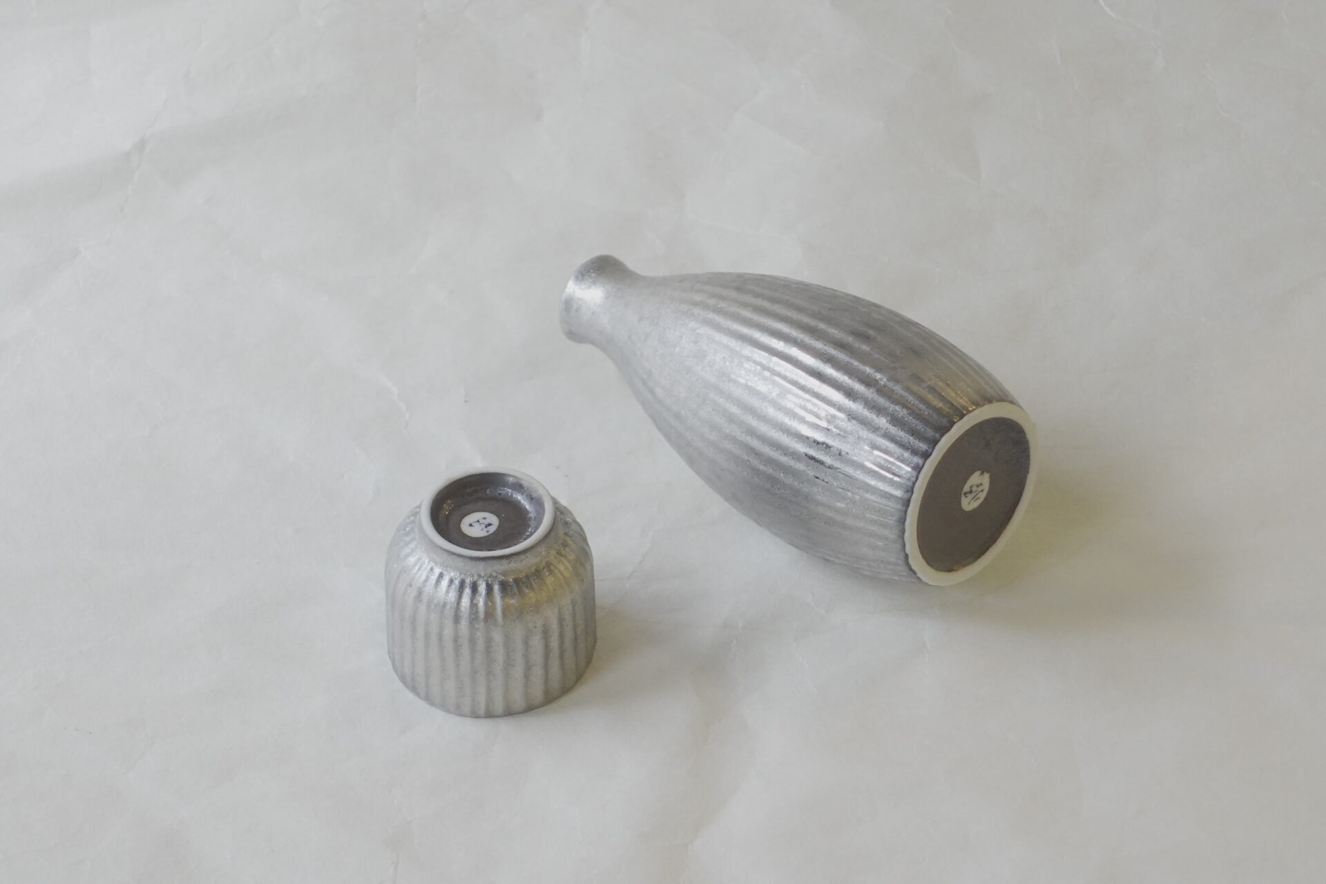 陶磁器 有田焼 酒器 ぐい呑み 徳利 一合 銀彩 黒結晶釉 シルバー 洒落たデザイン スタイリッシュ 薄手 軽い 扱いやすい 軽量 使いやすい 実用的 機能性 美濃焼 鉄瓶 陶器 漆 漆器 有田焼 金継ぎ 焼き物 食器 陶磁器 伝統工芸品 茶碗 工芸品 九谷焼 南部鉄器 陶芸 陶器市 岐阜 焼き物 磁器 瀬戸物 岐阜県 岐阜市 美殿町６−番地 小林漆陶 漆塗り器 織部焼 小林漆器 箸 金継ぎ お香 食器 茶道具 陶器 美濃焼専門店 お皿 ceramics ih pottery うつわ うつわ屋 お皿屋さん お茶 お茶碗 お箸 かまど この辺に陶器屋さんってあります とうきいち やきもの ガラス工房 ギフト　ギフトショップ マグカップ モダン焼物 レンジできる陶器 切子 南部鉄器 どこ　岐阜市南部鉄器販売店 南部鉄器購入 岐阜県器屋 土鍋 岐阜小洒落たお皿 お椀が出る店 器 塗り物 漆塗り 陶器屋さん 食器屋さん お椀 ひのき 岐阜城周辺茶道具 販売陶器 販売陶器屋さん 陶器店 漆器店 岐阜有名な器屋さん 岐阜県食器売ってるところ 岐阜駅 陶器工芸品店 徳利 売ってる店 急須販売 扇子 抹茶 掛け軸 修復 日本陶瓷 漆器 木の食器 樺細工 江戸切子 食器 漆の器 漆器 うるし 漆器店 漆塗 漆椀 火鉢 灰 美殿町商店街 美濃焼ショップ 岐阜市 湯呑み お店 付近 美濃焼き専門店 美濃焼販売 花瓶 茶器 オンライン輪島塗 なつめ 店近くのガラス屋さん 近くの陶器屋さん 酒器 ガラス 金継ぎ依頼 岐阜鉄器鉄瓶 取扱店 Japanese 陶器 修理 陶器専門店 陶器小売店 岐阜陶器屋 陶器店 陶磁器 陶磁器専門店 陶芸家 おすすめ お店 岐阜食洗機対応 漆椀 Gifu JapanesetablewareJapanesecrafts Japaneseceramics Japanesepottery Handcrafted TraditionalCrafts Japaneseculture Traditionalart Japaneseteautensils TeaCeremony Japaneselacquerware インテリア 一輪挿し 入れ物 陶芸 陶芸皿 陶器いろいろ 陶器店 絵皿 絵柄 オンラインショップ 置物 おひつ オーブントースター 置物スタイリッシュ お皿 オブジェ 置物かわいい お皿陶磁器 お椀陶器 陶器欠損補修 花瓶 貫入 傘立て 陶器花 カップ 花 陶磁器 陶器金継ぎ キャニスター 器 急須 京都 金彩 九州 急須 陶芸食器 コーヒーカップ コップ 小物入れ 皿 ごはん鍋 食洗機 修理 食器 修理金継ぎ 陶器販売 瀬戸物 染付 タンブラー 耐熱陶器 茶碗 近くの陶器店 通販 土物 通販 手作り陶器 陶磁器 鍋