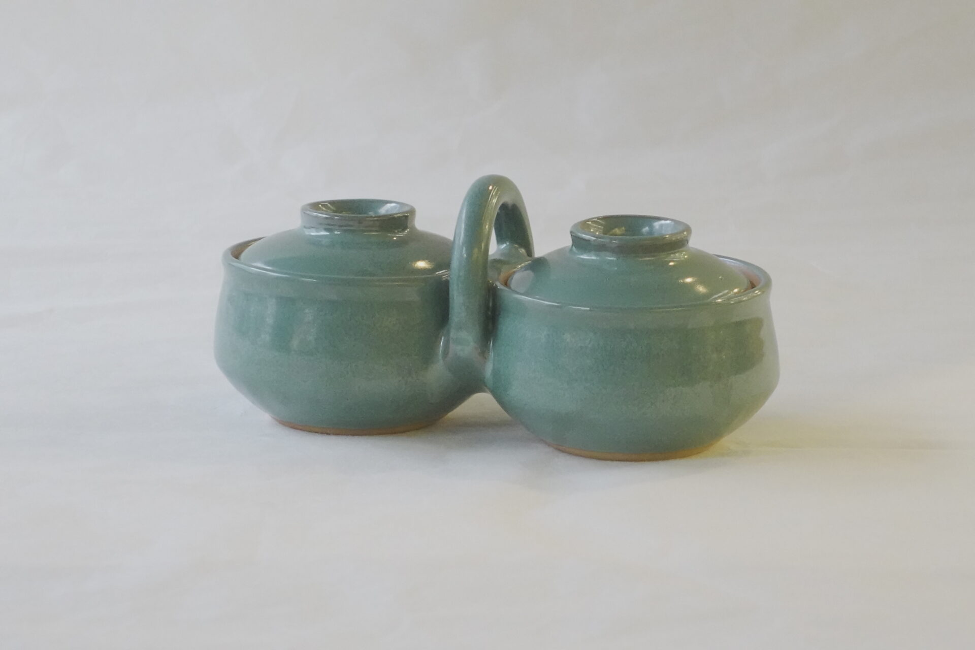 陶器 清水焼 手づくり 蓋物 ろくろ成形 緑釉薬 鉢 持ち手 便利 蓋付 衛生的 様々な使い方 体裁がいい 機能的 応用が効く 多用途 美濃焼 鉄瓶 陶器 漆 漆器 有田焼 金継ぎ 焼き物 食器 陶磁器 伝統工芸品 茶碗 工芸品 九谷焼 南部鉄器 陶芸 陶器市 岐阜 焼き物 磁器 瀬戸物 岐阜県 岐阜市 美殿町６−番地 小林漆陶 漆塗り器 織部焼 小林漆器 箸 金継ぎ お香 食器 茶道具 陶器 美濃焼専門店 お皿 ceramics ih pottery うつわ うつわ屋 お皿屋さん お茶 お茶碗 お箸 かまど この辺に陶器屋さんってあります とうきいち やきもの ガラス工房 ギフト　ギフトショップ マグカップ モダン焼物 レンジできる陶器 切子 南部鉄器 どこ　岐阜市南部鉄器販売店 南部鉄器購入 岐阜県器屋 土鍋 岐阜小洒落たお皿 お椀が出る店 器 塗り物 漆塗り 陶器屋さん 食器屋さん お椀 ひのき 岐阜城周辺茶道具 販売陶器 販売陶器屋さん 陶器店 漆器店 岐阜有名な器屋さん 岐阜県食器売ってるところ 岐阜駅 陶器工芸品店 徳利 売ってる店 急須販売 扇子 抹茶 掛け軸 修復 日本陶瓷 漆器 木の食器 樺細工 江戸切子 食器 漆の器 漆器 うるし 漆器店 漆塗 漆椀 火鉢 灰 美殿町商店街 美濃焼ショップ 岐阜市 湯呑み お店 付近 美濃焼き専門店 美濃焼販売 花瓶 茶器 オンライン輪島塗 なつめ 店近くのガラス屋さん 近くの陶器屋さん 酒器 ガラス 金継ぎ依頼 岐阜鉄器鉄瓶 取扱店 Japanese 陶器 修理 陶器専門店 陶器小売店 岐阜陶器屋 陶器店 陶磁器 陶磁器専門店 陶芸家 おすすめ お店 岐阜食洗機対応 漆椀 Gifu JapanesetablewareJapanesecrafts Japaneseceramics Japanesepottery Handcrafted TraditionalCrafts Japaneseculture Traditionalart Japaneseteautensils TeaCeremony Japaneselacquerware インテリア 一輪挿し 入れ物 陶芸 陶芸皿 陶器いろいろ 陶器店 絵皿 絵柄 オンラインショップ 置物 おひつ オーブントースター 置物スタイリッシュ お皿 オブジェ 置物かわいい お皿陶磁器 お椀陶器 陶器欠損補修 花瓶 貫入 傘立て 陶器花 カップ 花 陶磁器 陶器金継ぎ キャニスター 器 急須 京都 金彩 九州 急須 陶芸食器 コーヒーカップ コップ 小物入れ 皿 ごはん鍋 食洗機 修理 食器 修理金継ぎ 陶器販売 瀬戸物 染付 タンブラー 耐熱陶器 茶碗 近くの陶器店 通販 土物 通販 手作り陶器 陶磁器 鍋