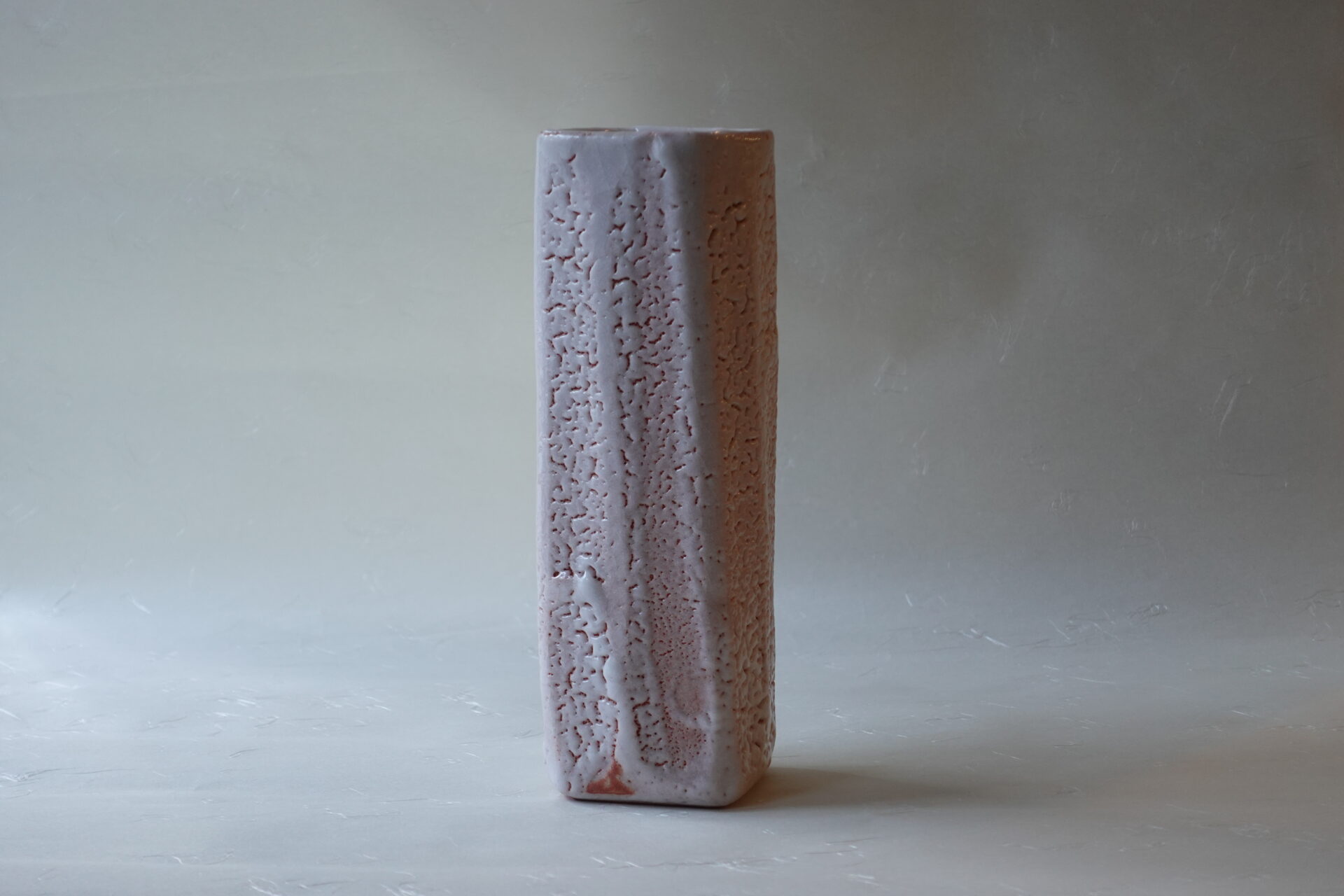 陶器 美濃焼 林亮次 荘山窯 志野 花入 志野焼 紅志野 美しい 力強い 貫入 梅 安定感 どっしり 土もの 温かみ 逸品 美濃焼 鉄瓶 陶器 漆 漆器 有田焼 金継ぎ 焼き物 食器 陶磁器 伝統工芸品 茶碗 工芸品 九谷焼 南部鉄器 陶芸 陶器市 岐阜 焼き物 磁器 瀬戸物 岐阜県 岐阜市 美殿町６−番地 小林漆陶 漆塗り器 織部焼 小林漆器 箸 金継ぎ お香 食器 茶道具 陶器 美濃焼専門店 お皿 ceramics ih pottery うつわ うつわ屋 お皿屋さん お茶 お茶碗 お箸 かまど この辺に陶器屋さんってあります とうきいち やきもの ガラス工房 ギフト　ギフトショップ マグカップ モダン焼物 レンジできる陶器 切子 南部鉄器 どこ　岐阜市南部鉄器販売店 南部鉄器購入 岐阜県器屋 土鍋 岐阜小洒落たお皿 お椀が出る店 器 塗り物 漆塗り 陶器屋さん 食器屋さん お椀 ひのき 岐阜城周辺茶道具 販売陶器 販売陶器屋さん 陶器店 漆器店 岐阜有名な器屋さん 岐阜県食器売ってるところ 岐阜駅 陶器工芸品店 徳利 売ってる店 急須販売 扇子 抹茶 掛け軸 修復 日本陶瓷 漆器 木の食器 樺細工 江戸切子 食器 漆の器 漆器 うるし 漆器店 漆塗 漆椀 火鉢 灰 美殿町商店街 美濃焼ショップ 岐阜市 湯呑み お店 付近 美濃焼き専門店 美濃焼販売 花瓶 茶器 オンライン輪島塗 なつめ 店近くのガラス屋さん 近くの陶器屋さん 酒器 ガラス 金継ぎ依頼 岐阜鉄器鉄瓶 取扱店 Japanese 陶器 修理 陶器専門店 陶器小売店 岐阜陶器屋 陶器店 陶磁器 陶磁器専門店 陶芸家 おすすめ お店 岐阜食洗機対応 漆椀 Gifu JapanesetablewareJapanesecrafts Japaneseceramics Japanesepottery Handcrafted TraditionalCrafts Japaneseculture Traditionalart Japaneseteautensils TeaCeremony Japaneselacquerware インテリア 一輪挿し 入れ物 陶芸 陶芸皿 陶器いろいろ 陶器店 絵皿 絵柄 オンラインショップ 置物 おひつ オーブントースター 置物スタイリッシュ お皿 オブジェ 置物かわいい お皿陶磁器 お椀陶器 陶器欠損補修 花瓶 貫入 傘立て 陶器花 カップ 花 陶磁器 陶器金継ぎ キャニスター 器 急須 京都 金彩 九州 急須 陶芸食器 コーヒーカップ コップ 小物入れ 皿 ごはん鍋 食洗機 修理 食器 修理金継ぎ 陶器販売 瀬戸物 染付 タンブラー 耐熱陶器 茶碗 近くの陶器店 通販 土物 通販 手作り陶器 陶磁器 鍋