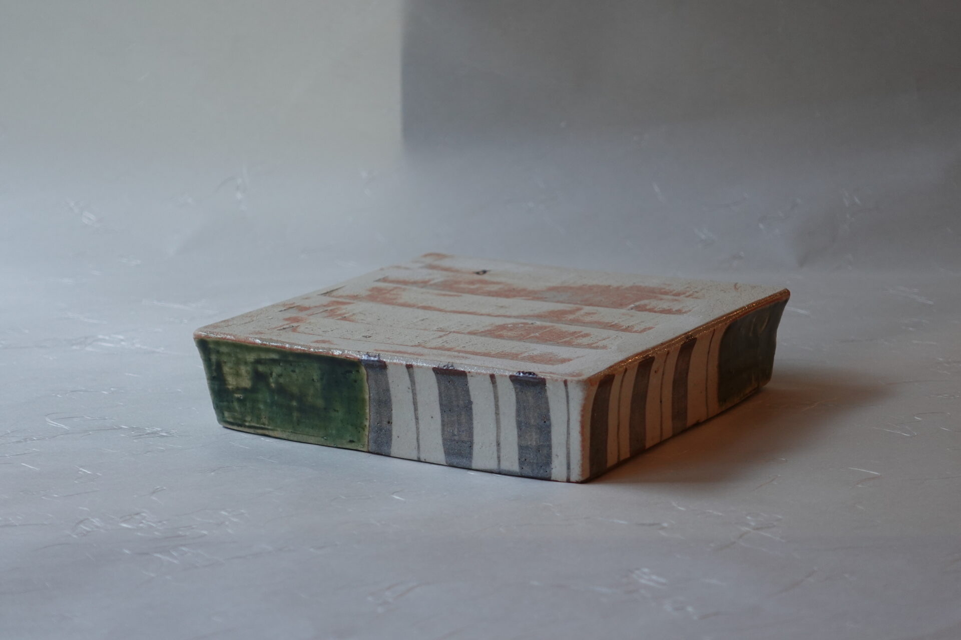 陶器 美濃焼 手づくり 盛鉢 たたら作り 織部 ぶどう 鉄絵 手描き お料理 お菓子 盛り付けやすい 体裁がよい 洒落た 子孫繁栄 吉祥紋 飽きが来ない 永く使える 存在感 価値ある逸品 伝統的 美濃焼 鉄瓶 陶器 漆 漆器 有田焼 金継ぎ 焼き物 食器 陶磁器 伝統工芸品 茶碗 工芸品 九谷焼 南部鉄器 陶芸 陶器市 岐阜 焼き物 磁器 瀬戸物 岐阜県 岐阜市 美殿町６−番地 小林漆陶 漆塗り器 織部焼 小林漆器 箸 金継ぎ お香 食器 茶道具 陶器 美濃焼専門店 お皿 ceramics ih pottery うつわ うつわ屋 お皿屋さん お茶 お茶碗 お箸 かまど この辺に陶器屋さんってあります とうきいち やきもの ガラス工房 ギフト　ギフトショップ マグカップ モダン焼物 レンジできる陶器 切子 南部鉄器 どこ　岐阜市南部鉄器販売店 南部鉄器購入 岐阜県器屋 土鍋 岐阜小洒落たお皿 お椀が出る店 器 塗り物 漆塗り 陶器屋さん 食器屋さん お椀 ひのき 岐阜城周辺茶道具 販売陶器 販売陶器屋さん 陶器店 漆器店 岐阜有名な器屋さん 岐阜県食器売ってるところ 岐阜駅 陶器工芸品店 徳利 売ってる店 急須販売 扇子 抹茶 掛け軸 修復 日本陶瓷 漆器 木の食器 樺細工 江戸切子 食器 漆の器 漆器 うるし 漆器店 漆塗 漆椀 火鉢 灰 美殿町商店街 美濃焼ショップ 岐阜市 湯呑み お店 付近 美濃焼き専門店 美濃焼販売 花瓶 茶器 オンライン輪島塗 なつめ 店近くのガラス屋さん 近くの陶器屋さん 酒器 ガラス 金継ぎ依頼 岐阜鉄器鉄瓶 取扱店 Japanese 陶器 修理 陶器専門店 陶器小売店 岐阜陶器屋 陶器店 陶磁器 陶磁器専門店 陶芸家 おすすめ お店 岐阜食洗機対応 漆椀 Gifu JapanesetablewareJapanesecrafts Japaneseceramics Japanesepottery Handcrafted TraditionalCrafts Japaneseculture Traditionalart Japaneseteautensils TeaCeremony Japaneselacquerware インテリア 一輪挿し 入れ物 陶芸 陶芸皿 陶器いろいろ 陶器店 絵皿 絵柄 オンラインショップ 置物 おひつ オーブントースター 置物スタイリッシュ お皿 オブジェ 置物かわいい お皿陶磁器 お椀陶器 陶器欠損補修 花瓶 貫入 傘立て 陶器花 カップ 花 陶磁器 陶器金継ぎ キャニスター 器 急須 京都 金彩 九州 急須 陶芸食器 コーヒーカップ コップ 小物入れ 皿 ごはん鍋 食洗機 修理 食器 修理金継ぎ 陶器販売 瀬戸物 染付 タンブラー 耐熱陶器 茶碗 近くの陶器店 通販 土物 通販 手作り陶器 陶磁器 鍋