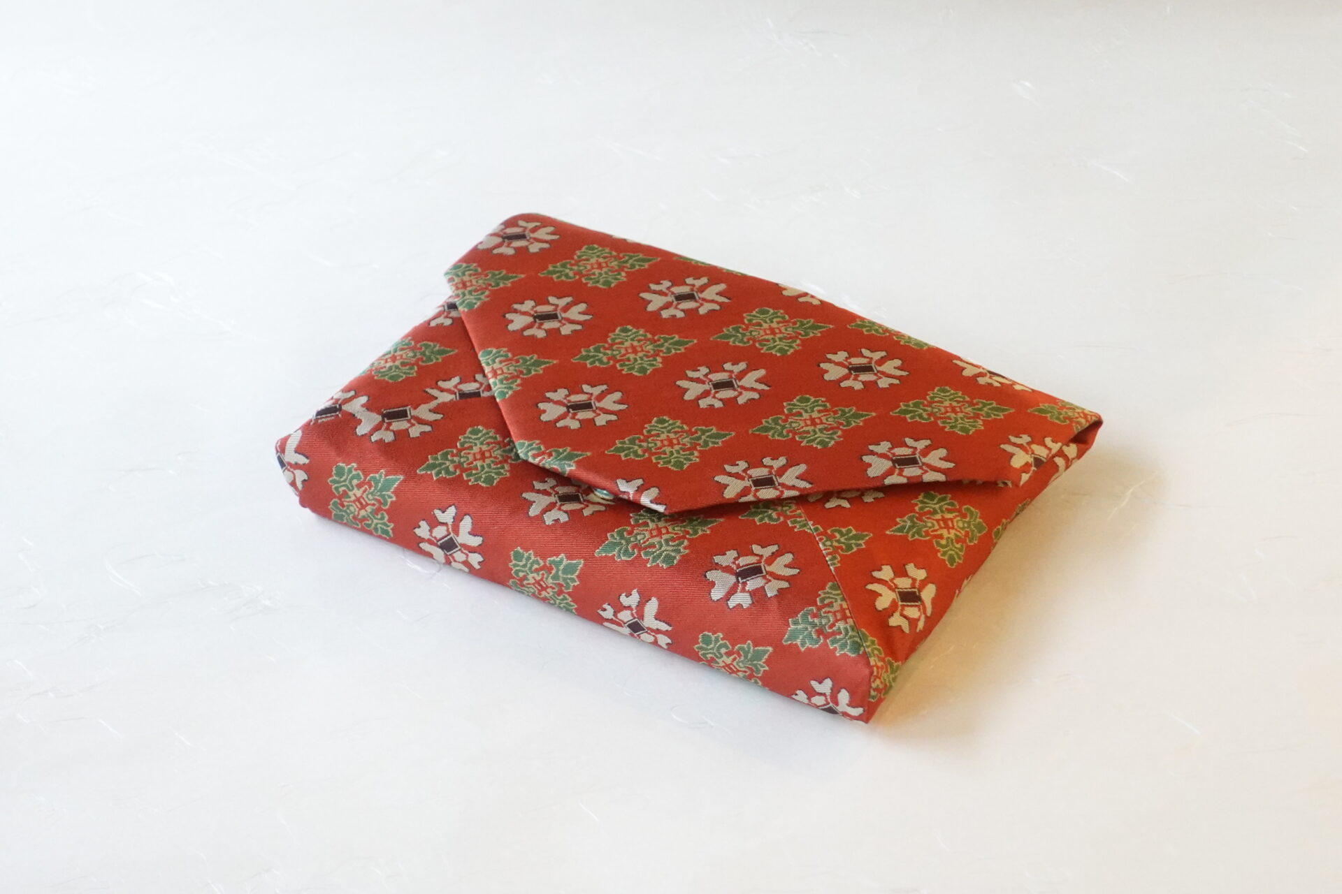 茶道 茶の湯 茶道具 日本製 正絹 数寄屋袋 和装 天平双華文錦 正倉院宝物 格調ある文様 美濃焼 鉄瓶 陶器 漆 漆器 有田焼 金継ぎ 焼き物 食器 陶磁器 伝統工芸品 茶碗 工芸品 九谷焼 南部鉄器 陶芸 陶器市 岐阜 焼き物 磁器 瀬戸物 岐阜県 岐阜市 美殿町６−番地 小林漆陶 漆塗り器 織部焼 小林漆器 箸 金継ぎ お香 食器 茶道具 陶器 美濃焼専門店 お皿 ceramics ih pottery うつわ うつわ屋 お皿屋さん お茶 お茶碗 お箸 かまど この辺に陶器屋さんってあります とうきいち やきもの ガラス工房 ギフト　ギフトショップ マグカップ モダン焼物 レンジできる陶器 切子 南部鉄器 どこ　岐阜市南部鉄器販売店 南部鉄器購入 岐阜県器屋 土鍋 岐阜小洒落たお皿 お椀が出る店 器 塗り物 漆塗り 陶器屋さん 食器屋さん お椀 ひのき 岐阜城周辺茶道具 販売陶器 販売陶器屋さん 陶器店 漆器店 岐阜有名な器屋さん 岐阜県食器売ってるところ 岐阜駅 陶器工芸品店 徳利 売ってる店 急須販売 扇子 抹茶 掛け軸 修復 日本陶瓷 漆器 木の食器 樺細工 江戸切子 食器 漆の器 漆器 うるし 漆器店 漆塗 漆椀 火鉢 灰 美殿町商店街 美濃焼ショップ 岐阜市 湯呑み お店 付近 美濃焼き専門店 美濃焼販売 花瓶 茶器 オンライン輪島塗 なつめ 店近くのガラス屋さん 近くの陶器屋さん 酒器 ガラス 金継ぎ依頼 岐阜鉄器鉄瓶 取扱店 Japanese 陶器 修理 陶器専門店 陶器小売店 岐阜陶器屋 陶器店 陶磁器 陶磁器専門店 陶芸家 おすすめ お店 岐阜食洗機対応 漆椀 Gifu JapanesetablewareJapanesecrafts Japaneseceramics Japanesepottery Handcrafted TraditionalCrafts Japaneseculture Traditionalart Japaneseteautensils TeaCeremony Japaneselacquerware 棗 お茶道具セット 近くの茶道具店 荒目板 茶道具の扱い方 一閑茶張り 茶道具一式 糸巻棚 裏千家入門セット 薄板 歌花筒 茶道具通販 裏千家 円座 干支扇子 オンラインショップ 茶道具オンライン 茶道稽古セット 表千家茶道具 お抹茶セット 釜 かいし 懐紙 菓子器 懐紙入れ 皆具 官休庵 黒文字 桑小卓 黒茶碗 黒柿 建水 結界 携帯用茶道具 稽古用茶道具 香合 香炉 茶通箱 初心者セット 仕覆 茶道具収納箱 敷板 杓立て すいはつ 数寄屋袋 透木釜 数茶碗 炭斗 水滴 すいはつ 茶道具専門店