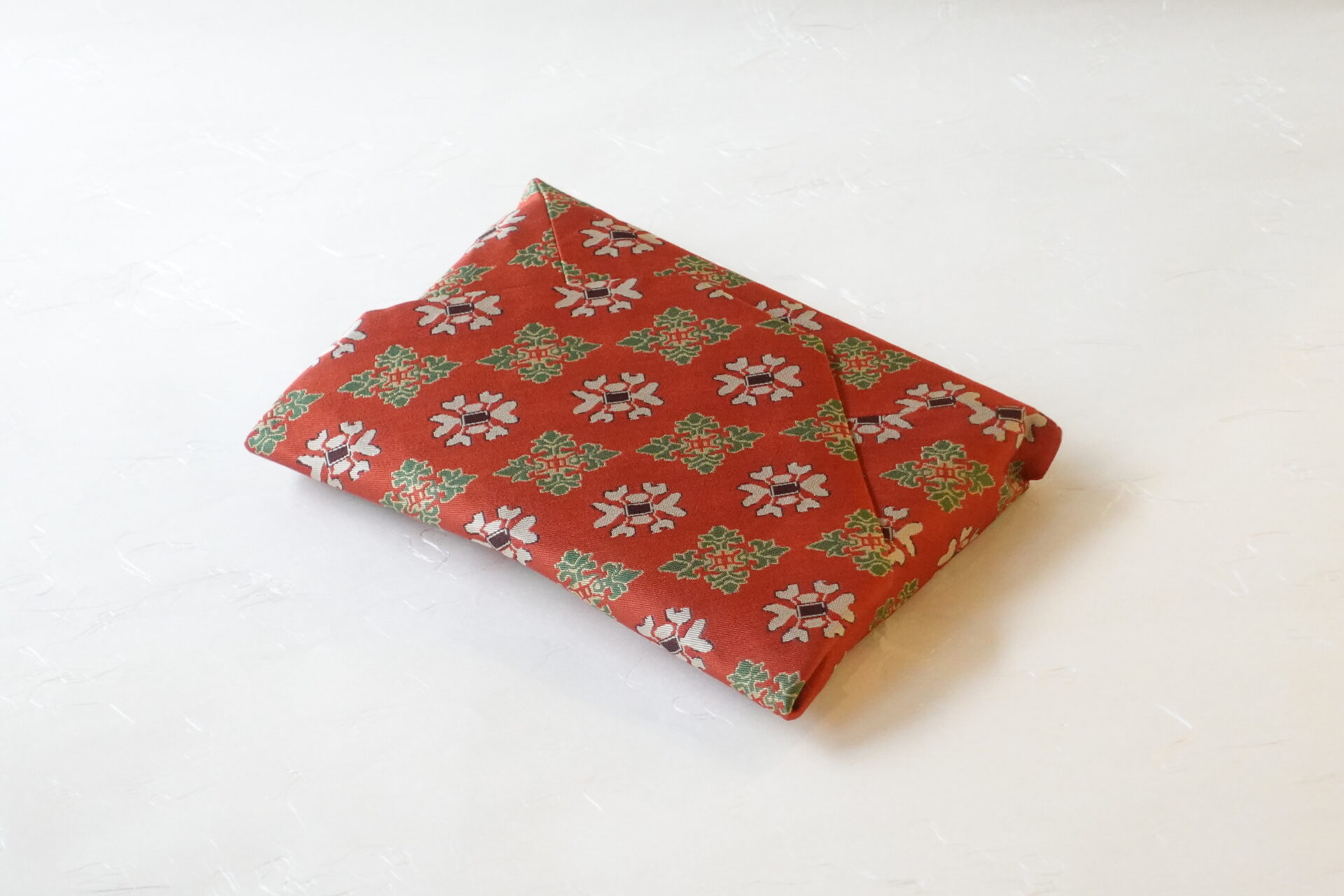 茶道 茶の湯 茶道具 日本製 正絹 数寄屋袋 和装 天平双華文錦 正倉院宝物 格調ある文様 美濃焼 鉄瓶 陶器 漆 漆器 有田焼 金継ぎ 焼き物 食器 陶磁器 伝統工芸品 茶碗 工芸品 九谷焼 南部鉄器 陶芸 陶器市 岐阜 焼き物 磁器 瀬戸物 岐阜県 岐阜市 美殿町６−番地 小林漆陶 漆塗り器 織部焼 小林漆器 箸 金継ぎ お香 食器 茶道具 陶器 美濃焼専門店 お皿 ceramics ih pottery うつわ うつわ屋 お皿屋さん お茶 お茶碗 お箸 かまど この辺に陶器屋さんってあります とうきいち やきもの ガラス工房 ギフト　ギフトショップ マグカップ モダン焼物 レンジできる陶器 切子 南部鉄器 どこ　岐阜市南部鉄器販売店 南部鉄器購入 岐阜県器屋 土鍋 岐阜小洒落たお皿 お椀が出る店 器 塗り物 漆塗り 陶器屋さん 食器屋さん お椀 ひのき 岐阜城周辺茶道具 販売陶器 販売陶器屋さん 陶器店 漆器店 岐阜有名な器屋さん 岐阜県食器売ってるところ 岐阜駅 陶器工芸品店 徳利 売ってる店 急須販売 扇子 抹茶 掛け軸 修復 日本陶瓷 漆器 木の食器 樺細工 江戸切子 食器 漆の器 漆器 うるし 漆器店 漆塗 漆椀 火鉢 灰 美殿町商店街 美濃焼ショップ 岐阜市 湯呑み お店 付近 美濃焼き専門店 美濃焼販売 花瓶 茶器 オンライン輪島塗 なつめ 店近くのガラス屋さん 近くの陶器屋さん 酒器 ガラス 金継ぎ依頼 岐阜鉄器鉄瓶 取扱店 Japanese 陶器 修理 陶器専門店 陶器小売店 岐阜陶器屋 陶器店 陶磁器 陶磁器専門店 陶芸家 おすすめ お店 岐阜食洗機対応 漆椀 Gifu JapanesetablewareJapanesecrafts Japaneseceramics Japanesepottery Handcrafted TraditionalCrafts Japaneseculture Traditionalart Japaneseteautensils TeaCeremony Japaneselacquerware 棗 お茶道具セット 近くの茶道具店 荒目板 茶道具の扱い方 一閑茶張り 茶道具一式 糸巻棚 裏千家入門セット 薄板 歌花筒 茶道具通販 裏千家 円座 干支扇子 オンラインショップ 茶道具オンライン 茶道稽古セット 表千家茶道具 お抹茶セット 釜 かいし 懐紙 菓子器 懐紙入れ 皆具 官休庵 黒文字 桑小卓 黒茶碗 黒柿 建水 結界 携帯用茶道具 稽古用茶道具 香合 香炉 茶通箱 初心者セット 仕覆 茶道具収納箱 敷板 杓立て すいはつ 数寄屋袋 透木釜 数茶碗 炭斗 水滴 すいはつ 茶道具専門店