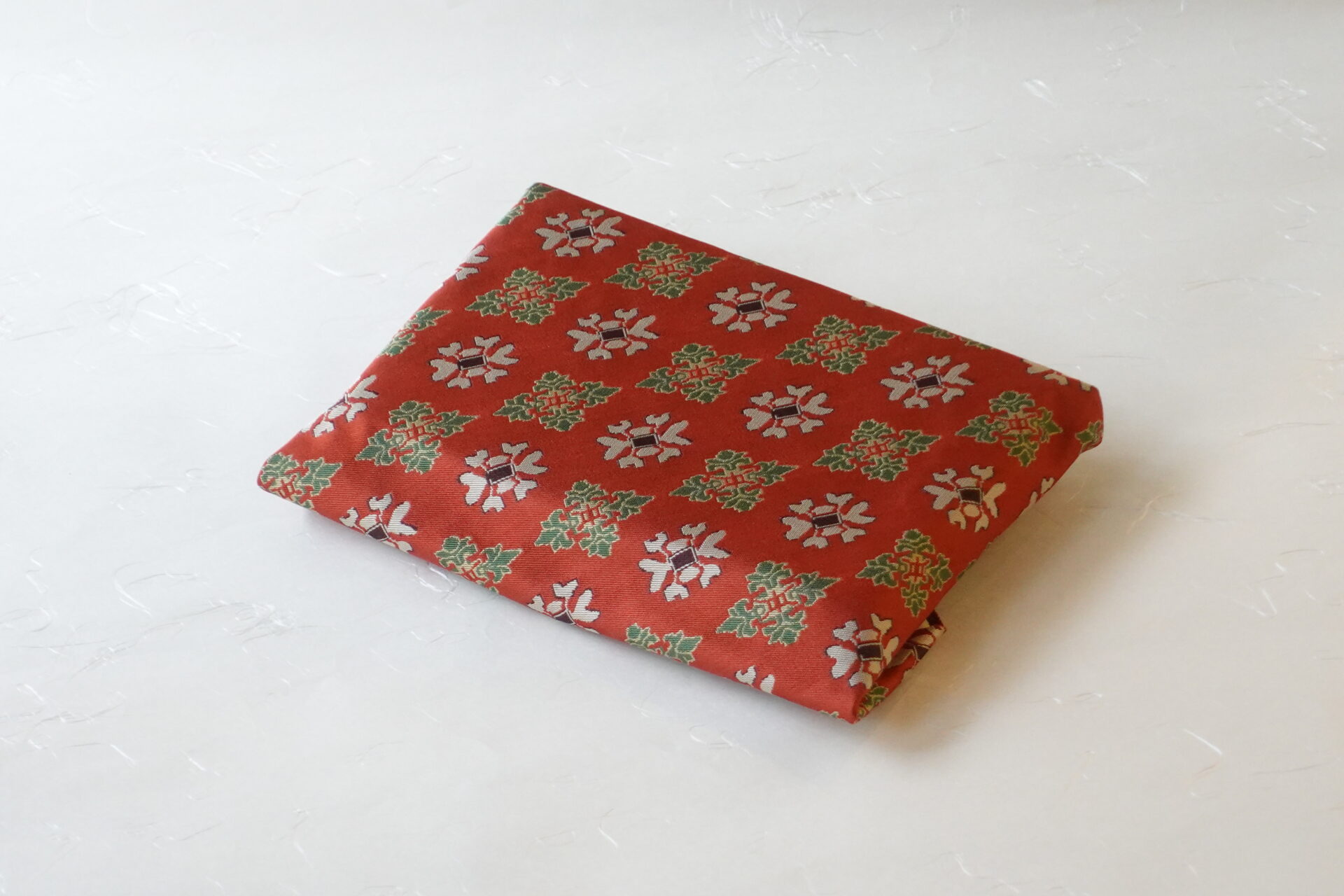 茶道 茶の湯 茶道具 日本製 正絹 数寄屋袋 和装 天平双華文錦 正倉院宝物 格調ある文様 美濃焼 鉄瓶 陶器 漆 漆器 有田焼 金継ぎ 焼き物 食器 陶磁器 伝統工芸品 茶碗 工芸品 九谷焼 南部鉄器 陶芸 陶器市 岐阜 焼き物 磁器 瀬戸物 岐阜県 岐阜市 美殿町６−番地 小林漆陶 漆塗り器 織部焼 小林漆器 箸 金継ぎ お香 食器 茶道具 陶器 美濃焼専門店 お皿 ceramics ih pottery うつわ うつわ屋 お皿屋さん お茶 お茶碗 お箸 かまど この辺に陶器屋さんってあります とうきいち やきもの ガラス工房 ギフト　ギフトショップ マグカップ モダン焼物 レンジできる陶器 切子 南部鉄器 どこ　岐阜市南部鉄器販売店 南部鉄器購入 岐阜県器屋 土鍋 岐阜小洒落たお皿 お椀が出る店 器 塗り物 漆塗り 陶器屋さん 食器屋さん お椀 ひのき 岐阜城周辺茶道具 販売陶器 販売陶器屋さん 陶器店 漆器店 岐阜有名な器屋さん 岐阜県食器売ってるところ 岐阜駅 陶器工芸品店 徳利 売ってる店 急須販売 扇子 抹茶 掛け軸 修復 日本陶瓷 漆器 木の食器 樺細工 江戸切子 食器 漆の器 漆器 うるし 漆器店 漆塗 漆椀 火鉢 灰 美殿町商店街 美濃焼ショップ 岐阜市 湯呑み お店 付近 美濃焼き専門店 美濃焼販売 花瓶 茶器 オンライン輪島塗 なつめ 店近くのガラス屋さん 近くの陶器屋さん 酒器 ガラス 金継ぎ依頼 岐阜鉄器鉄瓶 取扱店 Japanese 陶器 修理 陶器専門店 陶器小売店 岐阜陶器屋 陶器店 陶磁器 陶磁器専門店 陶芸家 おすすめ お店 岐阜食洗機対応 漆椀 Gifu JapanesetablewareJapanesecrafts Japaneseceramics Japanesepottery Handcrafted TraditionalCrafts Japaneseculture Traditionalart Japaneseteautensils TeaCeremony Japaneselacquerware 棗 お茶道具セット 近くの茶道具店 荒目板 茶道具の扱い方 一閑茶張り 茶道具一式 糸巻棚 裏千家入門セット 薄板 歌花筒 茶道具通販 裏千家 円座 干支扇子 オンラインショップ 茶道具オンライン 茶道稽古セット 表千家茶道具 お抹茶セット 釜 かいし 懐紙 菓子器 懐紙入れ 皆具 官休庵 黒文字 桑小卓 黒茶碗 黒柿 建水 結界 携帯用茶道具 稽古用茶道具 香合 香炉 茶通箱 初心者セット 仕覆 茶道具収納箱 敷板 杓立て すいはつ 数寄屋袋 透木釜 数茶碗 炭斗 水滴 すいはつ 茶道具専門店