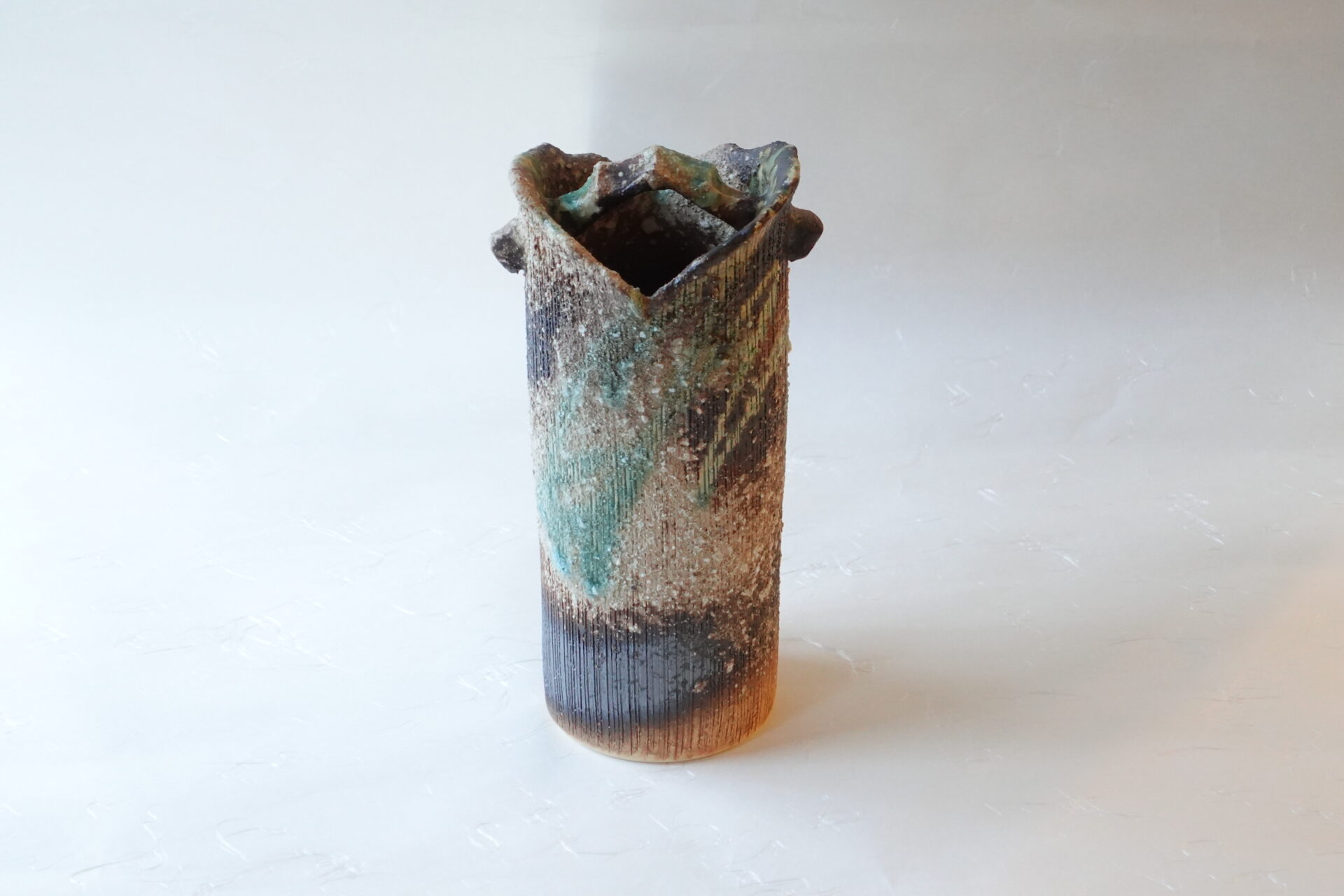 陶器 信楽焼 手づくり 花入 櫛目 荒々しい 侘びた 重厚感 存在感 力強い 花器 手桶 美濃焼 鉄瓶 陶器 漆 漆器 有田焼 金継ぎ 焼き物 食器 陶磁器 伝統工芸品 茶碗 工芸品 九谷焼 南部鉄器 陶芸 陶器市 岐阜 焼き物 磁器 瀬戸物 岐阜県 岐阜市 美殿町６−番地 小林漆陶 漆塗り器 織部焼 小林漆器 箸 金継ぎ お香 食器 茶道具 陶器 美濃焼専門店 お皿 ceramics ih pottery うつわ うつわ屋 お皿屋さん お茶 お茶碗 お箸 かまど この辺に陶器屋さんってあります とうきいち やきもの ガラス工房 ギフト　ギフトショップ マグカップ モダン焼物 レンジできる陶器 切子 南部鉄器 どこ　岐阜市南部鉄器販売店 南部鉄器購入 岐阜県器屋 土鍋 岐阜小洒落たお皿 お椀が出る店 器 塗り物 漆塗り 陶器屋さん 食器屋さん お椀 ひのき 岐阜城周辺茶道具 販売陶器 販売陶器屋さん 陶器店 漆器店 岐阜有名な器屋さん 岐阜県食器売ってるところ 岐阜駅 陶器工芸品店 徳利 売ってる店 急須販売 扇子 抹茶 掛け軸 修復 日本陶瓷 漆器 木の食器 樺細工 江戸切子 食器 漆の器 漆器 うるし 漆器店 漆塗 漆椀 火鉢 灰 美殿町商店街 美濃焼ショップ 岐阜市 湯呑み お店 付近 美濃焼き専門店 美濃焼販売 花瓶 茶器 オンライン輪島塗 なつめ 店近くのガラス屋さん 近くの陶器屋さん 酒器 ガラス 金継ぎ依頼 岐阜鉄器鉄瓶 取扱店 Japanese 陶器 修理 陶器専門店 陶器小売店 岐阜陶器屋 陶器店 陶磁器 陶磁器専門店 陶芸家 おすすめ お店 岐阜食洗機対応 漆椀 Gifu JapanesetablewareJapanesecrafts Japaneseceramics Japanesepottery Handcrafted TraditionalCrafts Japaneseculture Traditionalart Japaneseteautensils TeaCeremony Japaneselacquerware インテリア 一輪挿し 入れ物 陶芸 陶芸皿 陶器いろいろ 陶器店 絵皿 絵柄 オンラインショップ 置物 おひつ オーブントースター 置物スタイリッシュ お皿 オブジェ 置物かわいい お皿陶磁器 お椀陶器 陶器欠損補修 花瓶 貫入 傘立て 陶器花 カップ 花 陶磁器 陶器金継ぎ キャニスター 器 急須 京都 金彩 九州 急須 陶芸食器 コーヒーカップ コップ 小物入れ 皿 ごはん鍋 食洗機 修理 食器 修理金継ぎ 陶器販売 瀬戸物 染付 タンブラー 耐熱陶器 茶碗 近くの陶器店 通販 土物 通販 手作り陶器 陶磁器 鍋 棗 お茶道具セット 近くの茶道具店 荒目板 茶道具の扱い方 一閑茶張り 茶道具一式 糸巻棚 裏千家入門セット 薄板 歌花筒 茶道具通販 裏千家 円座 干支扇子 オンラインショップ 茶道具オンライン 茶道稽古セット 表千家茶道具 お抹茶セット 釜 かいし 懐紙 菓子器 懐紙入れ 皆具 官休庵 黒文字 桑小卓 黒茶碗 黒柿 建水 結界 携帯用茶道具 稽古用茶道具 香合 香炉 茶通箱 初心者セット 仕覆 茶道具収納箱 敷板 杓立て すいはつ 数寄屋袋 透木釜 数茶碗 炭斗 水滴 すいはつ 茶道具専門店