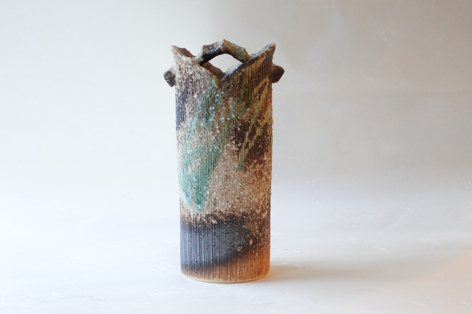 陶器 信楽焼 手づくり 花入 櫛目 荒々しい 侘びた 重厚感 存在感 力強い 花器 手桶 美濃焼 鉄瓶 陶器 漆 漆器 有田焼 金継ぎ 焼き物 食器 陶磁器 伝統工芸品 茶碗 工芸品 九谷焼 南部鉄器 陶芸 陶器市 岐阜 焼き物 磁器 瀬戸物 岐阜県 岐阜市 美殿町６−番地 小林漆陶 漆塗り器 織部焼 小林漆器 箸 金継ぎ お香 食器 茶道具 陶器 美濃焼専門店 お皿 ceramics ih pottery うつわ うつわ屋 お皿屋さん お茶 お茶碗 お箸 かまど この辺に陶器屋さんってあります とうきいち やきもの ガラス工房 ギフト　ギフトショップ マグカップ モダン焼物 レンジできる陶器 切子 南部鉄器 どこ　岐阜市南部鉄器販売店 南部鉄器購入 岐阜県器屋 土鍋 岐阜小洒落たお皿 お椀が出る店 器 塗り物 漆塗り 陶器屋さん 食器屋さん お椀 ひのき 岐阜城周辺茶道具 販売陶器 販売陶器屋さん 陶器店 漆器店 岐阜有名な器屋さん 岐阜県食器売ってるところ 岐阜駅 陶器工芸品店 徳利 売ってる店 急須販売 扇子 抹茶 掛け軸 修復 日本陶瓷 漆器 木の食器 樺細工 江戸切子 食器 漆の器 漆器 うるし 漆器店 漆塗 漆椀 火鉢 灰 美殿町商店街 美濃焼ショップ 岐阜市 湯呑み お店 付近 美濃焼き専門店 美濃焼販売 花瓶 茶器 オンライン輪島塗 なつめ 店近くのガラス屋さん 近くの陶器屋さん 酒器 ガラス 金継ぎ依頼 岐阜鉄器鉄瓶 取扱店 Japanese 陶器 修理 陶器専門店 陶器小売店 岐阜陶器屋 陶器店 陶磁器 陶磁器専門店 陶芸家 おすすめ お店 岐阜食洗機対応 漆椀 Gifu JapanesetablewareJapanesecrafts Japaneseceramics Japanesepottery Handcrafted TraditionalCrafts Japaneseculture Traditionalart Japaneseteautensils TeaCeremony Japaneselacquerware インテリア 一輪挿し 入れ物 陶芸 陶芸皿 陶器いろいろ 陶器店 絵皿 絵柄 オンラインショップ 置物 おひつ オーブントースター 置物スタイリッシュ お皿 オブジェ 置物かわいい お皿陶磁器 お椀陶器 陶器欠損補修 花瓶 貫入 傘立て 陶器花 カップ 花 陶磁器 陶器金継ぎ キャニスター 器 急須 京都 金彩 九州 急須 陶芸食器 コーヒーカップ コップ 小物入れ 皿 ごはん鍋 食洗機 修理 食器 修理金継ぎ 陶器販売 瀬戸物 染付 タンブラー 耐熱陶器 茶碗 近くの陶器店 通販 土物 通販 手作り陶器 陶磁器 鍋 棗 お茶道具セット 近くの茶道具店 荒目板 茶道具の扱い方 一閑茶張り 茶道具一式 糸巻棚 裏千家入門セット 薄板 歌花筒 茶道具通販 裏千家 円座 干支扇子 オンラインショップ 茶道具オンライン 茶道稽古セット 表千家茶道具 お抹茶セット 釜 かいし 懐紙 菓子器 懐紙入れ 皆具 官休庵 黒文字 桑小卓 黒茶碗 黒柿 建水 結界 携帯用茶道具 稽古用茶道具 香合 香炉 茶通箱 初心者セット 仕覆 茶道具収納箱 敷板 杓立て すいはつ 数寄屋袋 透木釜 数茶碗 炭斗 水滴 すいはつ 茶道具専門店