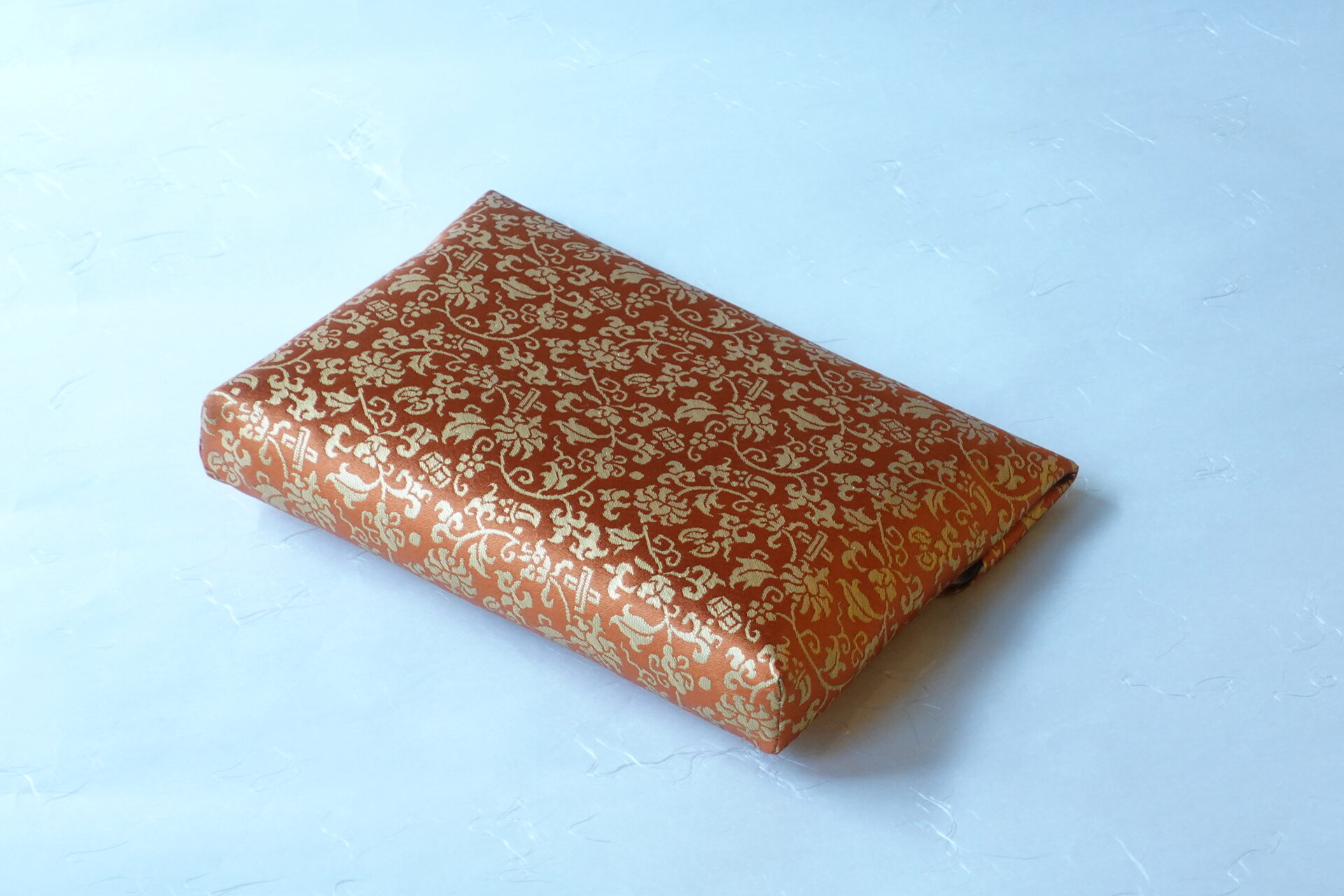 茶道 茶の湯 茶道具 日本製 正絹 数寄屋袋 袋物 和装 ハンドバッグ 和服 大黒屋金襴 一重蔓小牡丹唐草文 宝尽し文 豪華 美濃焼 鉄瓶 陶器 漆 漆器 有田焼 金継ぎ 焼き物 食器 陶磁器 伝統工芸品 茶碗 工芸品 九谷焼 南部鉄器 陶芸 陶器市 岐阜 焼き物 磁器 瀬戸物 岐阜県 岐阜市 美殿町６−番地 小林漆陶 漆塗り器 織部焼 小林漆器 箸 金継ぎ お香 食器 茶道具 陶器 美濃焼専門店 お皿 ceramics ih pottery うつわ うつわ屋 お皿屋さん お茶 お茶碗 お箸 かまど この辺に陶器屋さんってあります とうきいち やきもの ガラス工房 ギフト　ギフトショップ マグカップ モダン焼物 レンジできる陶器 切子 南部鉄器 どこ　岐阜市南部鉄器販売店 南部鉄器購入 岐阜県器屋 土鍋 岐阜小洒落たお皿 お椀が出る店 器 塗り物 漆塗り 陶器屋さん 食器屋さん お椀 ひのき 岐阜城周辺茶道具 販売陶器 販売陶器屋さん 陶器店 漆器店 岐阜有名な器屋さん 岐阜県食器売ってるところ 岐阜駅 陶器工芸品店 徳利 売ってる店 急須販売 扇子 抹茶 掛け軸 修復 日本陶瓷 漆器 木の食器 樺細工 江戸切子 食器 漆の器 漆器 うるし 漆器店 漆塗 漆椀 火鉢 灰 美殿町商店街 美濃焼ショップ 岐阜市 湯呑み お店 付近 美濃焼き専門店 美濃焼販売 花瓶 茶器 オンライン輪島塗 なつめ 店近くのガラス屋さん 近くの陶器屋さん 酒器 ガラス 金継ぎ依頼 岐阜鉄器鉄瓶 取扱店 Japanese 陶器 修理 陶器専門店 陶器小売店 岐阜陶器屋 陶器店 陶磁器 陶磁器専門店 陶芸家 おすすめ お店 岐阜食洗機対応 漆椀 Gifu JapanesetablewareJapanesecrafts Japaneseceramics Japanesepottery Handcrafted TraditionalCrafts Japaneseculture Traditionalart Japaneseteautensils TeaCeremony Japaneselacquerware 棗 お茶道具セット 近くの茶道具店 荒目板 茶道具の扱い方 一閑茶張り 茶道具一式 糸巻棚 裏千家入門セット 薄板 歌花筒 茶道具通販 裏千家 円座 干支扇子 オンラインショップ 茶道具オンライン 茶道稽古セット 表千家茶道具 お抹茶セット 釜 かいし 懐紙 菓子器 懐紙入れ 皆具 官休庵 黒文字 桑小卓 黒茶碗 黒柿 建水 結界 携帯用茶道具 稽古用茶道具 香合 香炉 茶通箱 初心者セット 仕覆 茶道具収納箱 敷板 杓立て すいはつ 数寄屋袋 透木釜 数茶碗 炭斗 水滴 すいはつ 茶道具専門店