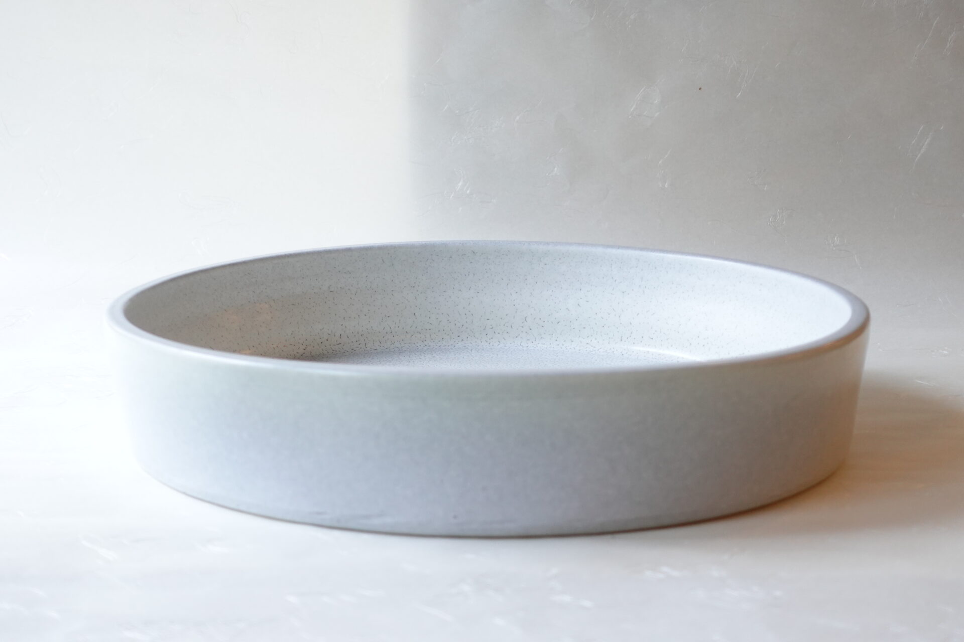 陶器 信楽焼 丸水盤 さわやか 花器 大ぶり かいらぎ 質感が高い 花を引き立てる 品格 洒落た 立派な花 華展 美濃焼 鉄瓶 陶器 漆 漆器 有田焼 金継ぎ 焼き物 食器 陶磁器 伝統工芸品 茶碗 工芸品 九谷焼 南部鉄器 陶芸 陶器市 岐阜 焼き物 磁器 瀬戸物 岐阜県 岐阜市 美殿町６−番地 小林漆陶 漆塗り器 織部焼 小林漆器 箸 金継ぎ お香 食器 茶道具 陶器 美濃焼専門店 お皿 ceramics ih pottery うつわ うつわ屋 お皿屋さん お茶 お茶碗 お箸 かまど この辺に陶器屋さんってあります とうきいち やきもの ガラス工房 ギフト　ギフトショップ マグカップ モダン焼物 レンジできる陶器 切子 南部鉄器 どこ　岐阜市南部鉄器販売店 南部鉄器購入 岐阜県器屋 土鍋 岐阜小洒落たお皿 お椀が出る店 器 塗り物 漆塗り 陶器屋さん 食器屋さん お椀 ひのき 岐阜城周辺茶道具 販売陶器 販売陶器屋さん 陶器店 漆器店 岐阜有名な器屋さん 岐阜県食器売ってるところ 岐阜駅 陶器工芸品店 徳利 売ってる店 急須販売 扇子 抹茶 掛け軸 修復 日本陶瓷 漆器 木の食器 樺細工 江戸切子 食器 漆の器 漆器 うるし 漆器店 漆塗 漆椀 火鉢 灰 美殿町商店街 美濃焼ショップ 岐阜市 湯呑み お店 付近 美濃焼き専門店 美濃焼販売 花瓶 茶器 オンライン輪島塗 なつめ 店近くのガラス屋さん 近くの陶器屋さん 酒器 ガラス 金継ぎ依頼 岐阜鉄器鉄瓶 取扱店 Japanese 陶器 修理 陶器専門店 陶器小売店 岐阜陶器屋 陶器店 陶磁器 陶磁器専門店 陶芸家 おすすめ お店 岐阜食洗機対応 漆椀 Gifu JapanesetablewareJapanesecrafts Japaneseceramics Japanesepottery Handcrafted TraditionalCrafts Japaneseculture Traditionalart Japaneseteautensils TeaCeremony Japaneselacquerware インテリア 一輪挿し 入れ物 陶芸 陶芸皿 陶器いろいろ 陶器店 絵皿 絵柄 オンラインショップ 置物 おひつ オーブントースター 置物スタイリッシュ お皿 オブジェ 置物かわいい お皿陶磁器 お椀陶器 陶器欠損補修 花瓶 貫入 傘立て 陶器花 カップ 花 陶磁器 陶器金継ぎ キャニスター 器 急須 京都 金彩 九州 急須 陶芸食器 コーヒーカップ コップ 小物入れ 皿 ごはん鍋 食洗機 修理 食器 修理金継ぎ 陶器販売 瀬戸物 染付 タンブラー 耐熱陶器 茶碗 近くの陶器店 通販 土物 通販 手作り陶器 陶磁器 鍋