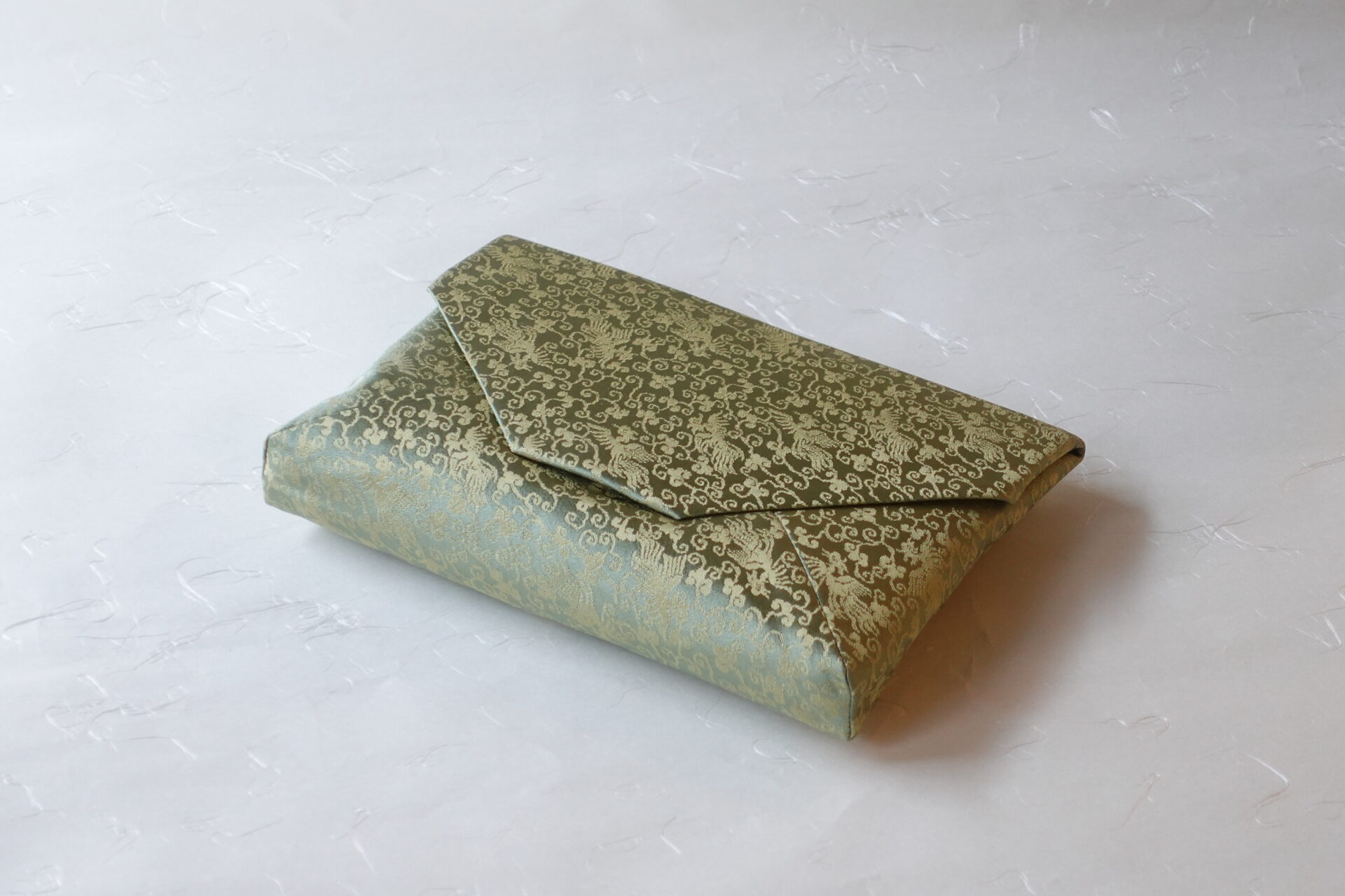 茶道 茶の湯 日本製 正絹 数寄屋袋 すきやぶくろ 和装 和服 亡羊緞子 ぼうようどんす 唐草文 鳳凰 岩城文琳 大名物 仕覆 美濃焼 鉄瓶 陶器 漆 漆器 有田焼 金継ぎ 焼き物 食器 陶磁器 伝統工芸品 茶碗 工芸品 九谷焼 南部鉄器 陶芸 陶器市 岐阜 焼き物 磁器 瀬戸物 岐阜県 岐阜市 美殿町６−番地 小林漆陶 漆塗り器 織部焼 小林漆器 箸 金継ぎ お香 食器 茶道具 陶器 美濃焼専門店 お皿 ceramics ih pottery うつわ うつわ屋 お皿屋さん お茶 お茶碗 お箸 かまど この辺に陶器屋さんってあります とうきいち やきもの ガラス工房 ギフト　ギフトショップ マグカップ モダン焼物 レンジできる陶器 切子 南部鉄器 どこ　岐阜市南部鉄器販売店 南部鉄器購入 岐阜県器屋 土鍋 岐阜小洒落たお皿 お椀が出る店 器 塗り物 漆塗り 陶器屋さん 食器屋さん お椀 ひのき 岐阜城周辺茶道具 販売陶器 販売陶器屋さん 陶器店 漆器店 岐阜有名な器屋さん 岐阜県食器売ってるところ 岐阜駅 陶器工芸品店 徳利 売ってる店 急須販売 扇子 抹茶 掛け軸 修復 日本陶瓷 漆器 木の食器 樺細工 江戸切子 食器 漆の器 漆器 うるし 漆器店 漆塗 漆椀 火鉢 灰 美殿町商店街 美濃焼ショップ 岐阜市 湯呑み お店 付近 美濃焼き専門店 美濃焼販売 花瓶 茶器 オンライン輪島塗 なつめ 店近くのガラス屋さん 近くの陶器屋さん 酒器 ガラス 金継ぎ依頼 岐阜鉄器鉄瓶 取扱店 Japanese 陶器 修理 陶器専門店 陶器小売店 岐阜陶器屋 陶器店 陶磁器 陶磁器専門店 陶芸家 おすすめ お店 岐阜食洗機対応 漆椀 Gifu JapanesetablewareJapanesecrafts Japaneseceramics Japanesepottery Handcrafted TraditionalCrafts Japaneseculture Traditionalart Japaneseteautensils TeaCeremony Japaneselacquerware 棗 お茶道具セット 近くの茶道具店 荒目板 茶道具の扱い方 一閑茶張り 茶道具一式 糸巻棚 裏千家入門セット 薄板 歌花筒 茶道具通販 裏千家 円座 干支扇子 オンラインショップ 茶道具オンライン 茶道稽古セット 表千家茶道具 お抹茶セット 釜 かいし 懐紙 菓子器 懐紙入れ 皆具 官休庵 黒文字 桑小卓 黒茶碗 黒柿 建水 結界 携帯用茶道具 稽古用茶道具 香合 香炉 茶通箱 初心者セット 仕覆 茶道具収納箱 敷板 杓立て すいはつ 数寄屋袋 透木釜 数茶碗 炭斗 水滴 すいはつ 茶道具専門店