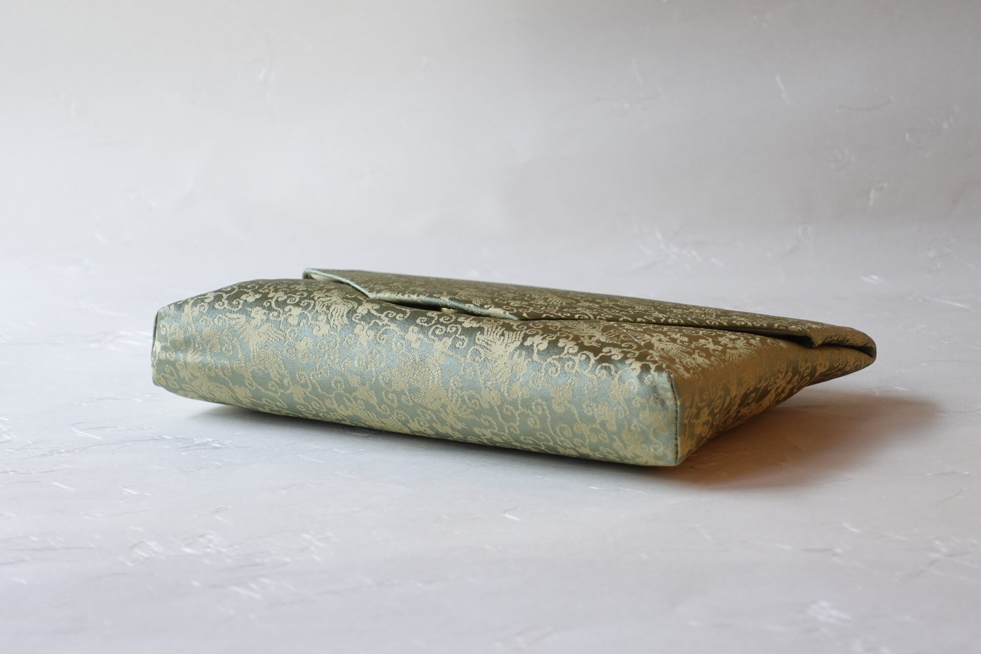 茶道 茶の湯 日本製 正絹 数寄屋袋 すきやぶくろ 和装 和服 亡羊緞子 ぼうようどんす 唐草文 鳳凰 岩城文琳 大名物 仕覆 美濃焼 鉄瓶 陶器 漆 漆器 有田焼 金継ぎ 焼き物 食器 陶磁器 伝統工芸品 茶碗 工芸品 九谷焼 南部鉄器 陶芸 陶器市 岐阜 焼き物 磁器 瀬戸物 岐阜県 岐阜市 美殿町６−番地 小林漆陶 漆塗り器 織部焼 小林漆器 箸 金継ぎ お香 食器 茶道具 陶器 美濃焼専門店 お皿 ceramics ih pottery うつわ うつわ屋 お皿屋さん お茶 お茶碗 お箸 かまど この辺に陶器屋さんってあります とうきいち やきもの ガラス工房 ギフト　ギフトショップ マグカップ モダン焼物 レンジできる陶器 切子 南部鉄器 どこ　岐阜市南部鉄器販売店 南部鉄器購入 岐阜県器屋 土鍋 岐阜小洒落たお皿 お椀が出る店 器 塗り物 漆塗り 陶器屋さん 食器屋さん お椀 ひのき 岐阜城周辺茶道具 販売陶器 販売陶器屋さん 陶器店 漆器店 岐阜有名な器屋さん 岐阜県食器売ってるところ 岐阜駅 陶器工芸品店 徳利 売ってる店 急須販売 扇子 抹茶 掛け軸 修復 日本陶瓷 漆器 木の食器 樺細工 江戸切子 食器 漆の器 漆器 うるし 漆器店 漆塗 漆椀 火鉢 灰 美殿町商店街 美濃焼ショップ 岐阜市 湯呑み お店 付近 美濃焼き専門店 美濃焼販売 花瓶 茶器 オンライン輪島塗 なつめ 店近くのガラス屋さん 近くの陶器屋さん 酒器 ガラス 金継ぎ依頼 岐阜鉄器鉄瓶 取扱店 Japanese 陶器 修理 陶器専門店 陶器小売店 岐阜陶器屋 陶器店 陶磁器 陶磁器専門店 陶芸家 おすすめ お店 岐阜食洗機対応 漆椀 Gifu JapanesetablewareJapanesecrafts Japaneseceramics Japanesepottery Handcrafted TraditionalCrafts Japaneseculture Traditionalart Japaneseteautensils TeaCeremony Japaneselacquerware 棗 お茶道具セット 近くの茶道具店 荒目板 茶道具の扱い方 一閑茶張り 茶道具一式 糸巻棚 裏千家入門セット 薄板 歌花筒 茶道具通販 裏千家 円座 干支扇子 オンラインショップ 茶道具オンライン 茶道稽古セット 表千家茶道具 お抹茶セット 釜 かいし 懐紙 菓子器 懐紙入れ 皆具 官休庵 黒文字 桑小卓 黒茶碗 黒柿 建水 結界 携帯用茶道具 稽古用茶道具 香合 香炉 茶通箱 初心者セット 仕覆 茶道具収納箱 敷板 杓立て すいはつ 数寄屋袋 透木釜 数茶碗 炭斗 水滴 すいはつ 茶道具専門店