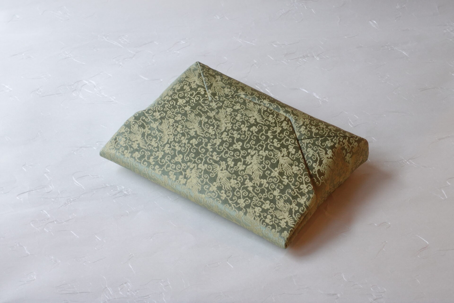 茶道 茶の湯 日本製 正絹 数寄屋袋 すきやぶくろ 和装 和服 亡羊緞子 ぼうようどんす 唐草文 鳳凰 岩城文琳 大名物 仕覆 美濃焼 鉄瓶 陶器 漆 漆器 有田焼 金継ぎ 焼き物 食器 陶磁器 伝統工芸品 茶碗 工芸品 九谷焼 南部鉄器 陶芸 陶器市 岐阜 焼き物 磁器 瀬戸物 岐阜県 岐阜市 美殿町６−番地 小林漆陶 漆塗り器 織部焼 小林漆器 箸 金継ぎ お香 食器 茶道具 陶器 美濃焼専門店 お皿 ceramics ih pottery うつわ うつわ屋 お皿屋さん お茶 お茶碗 お箸 かまど この辺に陶器屋さんってあります とうきいち やきもの ガラス工房 ギフト　ギフトショップ マグカップ モダン焼物 レンジできる陶器 切子 南部鉄器 どこ　岐阜市南部鉄器販売店 南部鉄器購入 岐阜県器屋 土鍋 岐阜小洒落たお皿 お椀が出る店 器 塗り物 漆塗り 陶器屋さん 食器屋さん お椀 ひのき 岐阜城周辺茶道具 販売陶器 販売陶器屋さん 陶器店 漆器店 岐阜有名な器屋さん 岐阜県食器売ってるところ 岐阜駅 陶器工芸品店 徳利 売ってる店 急須販売 扇子 抹茶 掛け軸 修復 日本陶瓷 漆器 木の食器 樺細工 江戸切子 食器 漆の器 漆器 うるし 漆器店 漆塗 漆椀 火鉢 灰 美殿町商店街 美濃焼ショップ 岐阜市 湯呑み お店 付近 美濃焼き専門店 美濃焼販売 花瓶 茶器 オンライン輪島塗 なつめ 店近くのガラス屋さん 近くの陶器屋さん 酒器 ガラス 金継ぎ依頼 岐阜鉄器鉄瓶 取扱店 Japanese 陶器 修理 陶器専門店 陶器小売店 岐阜陶器屋 陶器店 陶磁器 陶磁器専門店 陶芸家 おすすめ お店 岐阜食洗機対応 漆椀 Gifu JapanesetablewareJapanesecrafts Japaneseceramics Japanesepottery Handcrafted TraditionalCrafts Japaneseculture Traditionalart Japaneseteautensils TeaCeremony Japaneselacquerware 棗 お茶道具セット 近くの茶道具店 荒目板 茶道具の扱い方 一閑茶張り 茶道具一式 糸巻棚 裏千家入門セット 薄板 歌花筒 茶道具通販 裏千家 円座 干支扇子 オンラインショップ 茶道具オンライン 茶道稽古セット 表千家茶道具 お抹茶セット 釜 かいし 懐紙 菓子器 懐紙入れ 皆具 官休庵 黒文字 桑小卓 黒茶碗 黒柿 建水 結界 携帯用茶道具 稽古用茶道具 香合 香炉 茶通箱 初心者セット 仕覆 茶道具収納箱 敷板 杓立て すいはつ 数寄屋袋 透木釜 数茶碗 炭斗 水滴 すいはつ 茶道具専門店