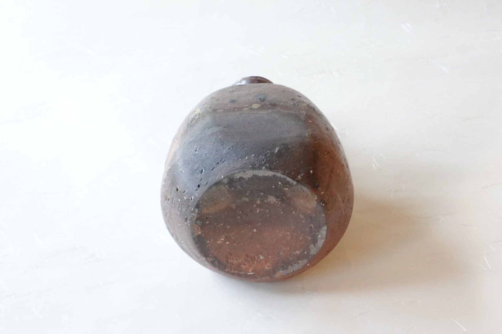 陶器 信楽焼 瑞峰 手づくり 花入 ろくろ成形 扁壺 へんこ ろくろ目 荒々しい 土もの 趣深い 窯変 どっしり 存在感 花器 映える 少しの花 活けやすい 使いやすい 花を引き立てる 飽きが来にくい 永く使える 美濃焼 鉄瓶 陶器 漆 漆器 有田焼 金継ぎ 焼き物 食器 陶磁器 伝統工芸品 茶碗 工芸品 九谷焼 南部鉄器 陶芸 陶器市 岐阜 焼き物 磁器 瀬戸物 岐阜県 岐阜市 美殿町６−番地 小林漆陶 漆塗り器 織部焼 小林漆器 箸 金継ぎ お香 食器 茶道具 陶器 美濃焼専門店 お皿 ceramics ih pottery うつわ うつわ屋 お皿屋さん お茶 お茶碗 お箸 かまど この辺に陶器屋さんってあります とうきいち やきもの ガラス工房 ギフト　ギフトショップ マグカップ モダン焼物 レンジできる陶器 切子 南部鉄器 どこ　岐阜市南部鉄器販売店 南部鉄器購入 岐阜県器屋 土鍋 岐阜小洒落たお皿 お椀が出る店 器 塗り物 漆塗り 陶器屋さん 食器屋さん お椀 ひのき 岐阜城周辺茶道具 販売陶器 販売陶器屋さん 陶器店 漆器店 岐阜有名な器屋さん 岐阜県食器売ってるところ 岐阜駅 陶器工芸品店 徳利 売ってる店 急須販売 扇子 抹茶 掛け軸 修復 日本陶瓷 漆器 木の食器 樺細工 江戸切子 食器 漆の器 漆器 うるし 漆器店 漆塗 漆椀 火鉢 灰 美殿町商店街 美濃焼ショップ 岐阜市 湯呑み お店 付近 美濃焼き専門店 美濃焼販売 花瓶 茶器 オンライン輪島塗 なつめ 店近くのガラス屋さん 近くの陶器屋さん 酒器 ガラス 金継ぎ依頼 岐阜鉄器鉄瓶 取扱店 Japanese 陶器 修理 陶器専門店 陶器小売店 岐阜陶器屋 陶器店 陶磁器 陶磁器専門店 陶芸家 おすすめ お店 岐阜食洗機対応 漆椀 Gifu JapanesetablewareJapanesecrafts Japaneseceramics Japanesepottery Handcrafted TraditionalCrafts Japaneseculture Traditionalart Japaneseteautensils TeaCeremony Japaneselacquerware インテリア 一輪挿し 入れ物 陶芸 陶芸皿 陶器いろいろ 陶器店 絵皿 絵柄 オンラインショップ 置物 おひつ オーブントースター 置物スタイリッシュ お皿 オブジェ 置物かわいい お皿陶磁器 お椀陶器 陶器欠損補修 花瓶 貫入 傘立て 陶器花 カップ 花 陶磁器 陶器金継ぎ キャニスター 器 急須 京都 金彩 九州 急須 陶芸食器 コーヒーカップ コップ 小物入れ 皿 ごはん鍋 食洗機 修理 食器 修理金継ぎ 陶器販売 瀬戸物 染付 タンブラー 耐熱陶器 茶碗 近くの陶器店 通販 土物 通販 手作り陶器 陶磁器 鍋