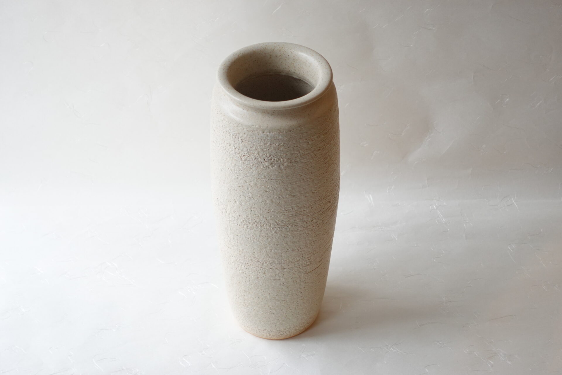 陶器 信楽焼 投入 なげいれ 花器 自由な発想 自然の風情を楽しむ 流れるような美しい花 松皮 高い質感 アイボリー ベージュ 花を引き立てる 落ち着いた色合い 簡単 日常の空間を彩る 手軽 美濃焼 鉄瓶 陶器 漆 漆器 有田焼 金継ぎ 焼き物 食器 陶磁器 伝統工芸品 茶碗 工芸品 九谷焼 南部鉄器 陶芸 陶器市 岐阜 焼き物 磁器 瀬戸物 岐阜県 岐阜市 美殿町６−番地 小林漆陶 漆塗り器 織部焼 小林漆器 箸 金継ぎ お香 食器 茶道具 陶器 美濃焼専門店 お皿 ceramics ih pottery うつわ うつわ屋 お皿屋さん お茶 お茶碗 お箸 かまど この辺に陶器屋さんってあります とうきいち やきもの ガラス工房 ギフト　ギフトショップ マグカップ モダン焼物 レンジできる陶器 切子 南部鉄器 どこ　岐阜市南部鉄器販売店 南部鉄器購入 岐阜県器屋 土鍋 岐阜小洒落たお皿 お椀が出る店 器 塗り物 漆塗り 陶器屋さん 食器屋さん お椀 ひのき 岐阜城周辺茶道具 販売陶器 販売陶器屋さん 陶器店 漆器店 岐阜有名な器屋さん 岐阜県食器売ってるところ 岐阜駅 陶器工芸品店 徳利 売ってる店 急須販売 扇子 抹茶 掛け軸 修復 日本陶瓷 漆器 木の食器 樺細工 江戸切子 食器 漆の器 漆器 うるし 漆器店 漆塗 漆椀 火鉢 灰 美殿町商店街 美濃焼ショップ 岐阜市 湯呑み お店 付近 美濃焼き専門店 美濃焼販売 花瓶 茶器 オンライン輪島塗 なつめ 店近くのガラス屋さん 近くの陶器屋さん 酒器 ガラス 金継ぎ依頼 岐阜鉄器鉄瓶 取扱店 Japanese 陶器 修理 陶器専門店 陶器小売店 岐阜陶器屋 陶器店 陶磁器 陶磁器専門店 陶芸家 おすすめ お店 岐阜食洗機対応 漆椀 Gifu JapanesetablewareJapanesecrafts Japaneseceramics Japanesepottery Handcrafted TraditionalCrafts Japaneseculture Traditionalart Japaneseteautensils TeaCeremony Japaneselacquerware インテリア 一輪挿し 入れ物 陶芸 陶芸皿 陶器いろいろ 陶器店 絵皿 絵柄 オンラインショップ 置物 おひつ オーブントースター 置物スタイリッシュ お皿 オブジェ 置物かわいい お皿陶磁器 お椀陶器 陶器欠損補修 花瓶 貫入 傘立て 陶器花 カップ 花 陶磁器 陶器金継ぎ キャニスター 器 急須 京都 金彩 九州 急須 陶芸食器 コーヒーカップ コップ 小物入れ 皿 ごはん鍋 食洗機 修理 食器 修理金継ぎ 陶器販売 瀬戸物 染付 タンブラー 耐熱陶器 茶碗 近くの陶器店 通販 土物 通販 手作り陶器 陶磁器 鍋