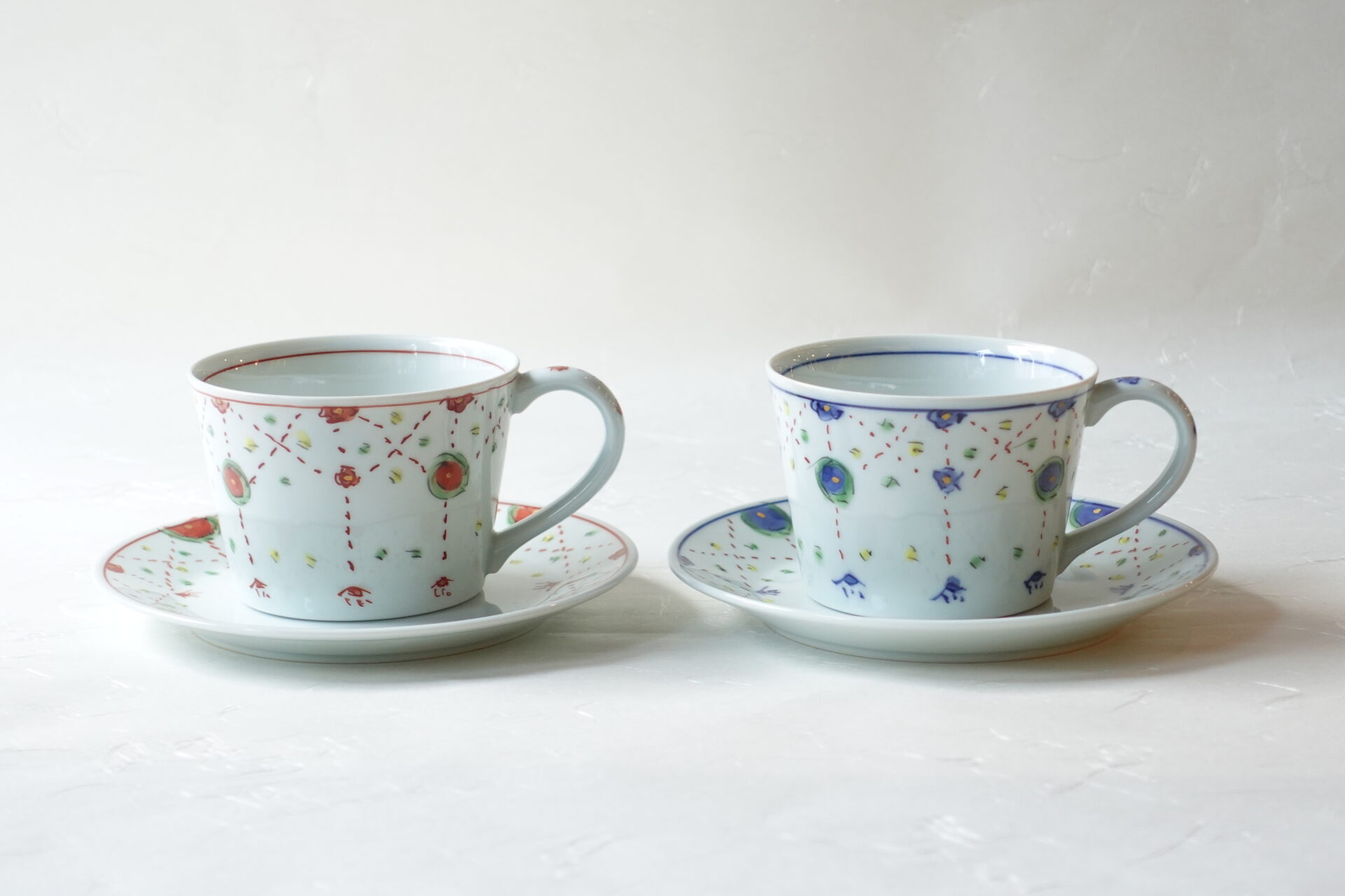 陶磁器 波佐見焼 コーヒー碗皿 ペア コーヒーカップ ソーサー 赤絵 染付 瓔珞文様 手描き 多くの手間 繊細 華やか 美しさ 高貴 縁起が良い 吉祥文様 薄手 軽い 扱いやすい 使いやすい器 安定 飲みやすい 伏せ焼 伝統技法 機能性 珈琲碗皿 美濃焼 鉄瓶 陶器 漆 漆器 有田焼 金継ぎ 焼き物 食器 陶磁器 伝統工芸品 茶碗 工芸品 九谷焼 南部鉄器 陶芸 陶器市 岐阜 焼き物 磁器 瀬戸物 岐阜県 岐阜市 美殿町６−番地 小林漆陶 漆塗り器 織部焼 小林漆器 箸 金継ぎ お香 食器 茶道具 陶器 美濃焼専門店 お皿 ceramics ih pottery うつわ うつわ屋 お皿屋さん お茶 お茶碗 お箸 かまど この辺に陶器屋さんってあります とうきいち やきもの ガラス工房 ギフト　ギフトショップ マグカップ モダン焼物 レンジできる陶器 切子 南部鉄器 どこ　岐阜市南部鉄器販売店 南部鉄器購入 岐阜県器屋 土鍋 岐阜小洒落たお皿 お椀が出る店 器 塗り物 漆塗り 陶器屋さん 食器屋さん お椀 ひのき 岐阜城周辺茶道具 販売陶器 販売陶器屋さん 陶器店 漆器店 岐阜有名な器屋さん 岐阜県食器売ってるところ 岐阜駅 陶器工芸品店 徳利 売ってる店 急須販売 扇子 抹茶 掛け軸 修復 日本陶瓷 漆器 木の食器 樺細工 江戸切子 食器 漆の器 漆器 うるし 漆器店 漆塗 漆椀 火鉢 灰 美殿町商店街 美濃焼ショップ 岐阜市 湯呑み お店 付近 美濃焼き専門店 美濃焼販売 花瓶 茶器 オンライン輪島塗 なつめ 店近くのガラス屋さん 近くの陶器屋さん 酒器 ガラス 金継ぎ依頼 岐阜鉄器鉄瓶 取扱店 Japanese 陶器 修理 陶器専門店 陶器小売店 岐阜陶器屋 陶器店 陶磁器 陶磁器専門店 陶芸家 おすすめ お店 岐阜食洗機対応 漆椀 Gifu JapanesetablewareJapanesecrafts Japaneseceramics Japanesepottery Handcrafted TraditionalCrafts Japaneseculture Traditionalart Japaneseteautensils TeaCeremony Japaneselacquerware インテリア 一輪挿し 入れ物 陶芸 陶芸皿 陶器いろいろ 陶器店 絵皿 絵柄 オンラインショップ 置物 おひつ オーブントースター 置物スタイリッシュ お皿 オブジェ 置物かわいい お皿陶磁器 お椀陶器 陶器欠損補修 花瓶 貫入 傘立て 陶器花 カップ 花 陶磁器 陶器金継ぎ キャニスター 器 急須 京都 金彩 九州 急須 陶芸食器 コーヒーカップ コップ 小物入れ 皿 ごはん鍋 食洗機 修理 食器 修理金継ぎ 陶器販売 瀬戸物 染付 タンブラー 耐熱陶器 茶碗 近くの陶器店 通販 土物 通販 手作り陶器 陶磁器 鍋