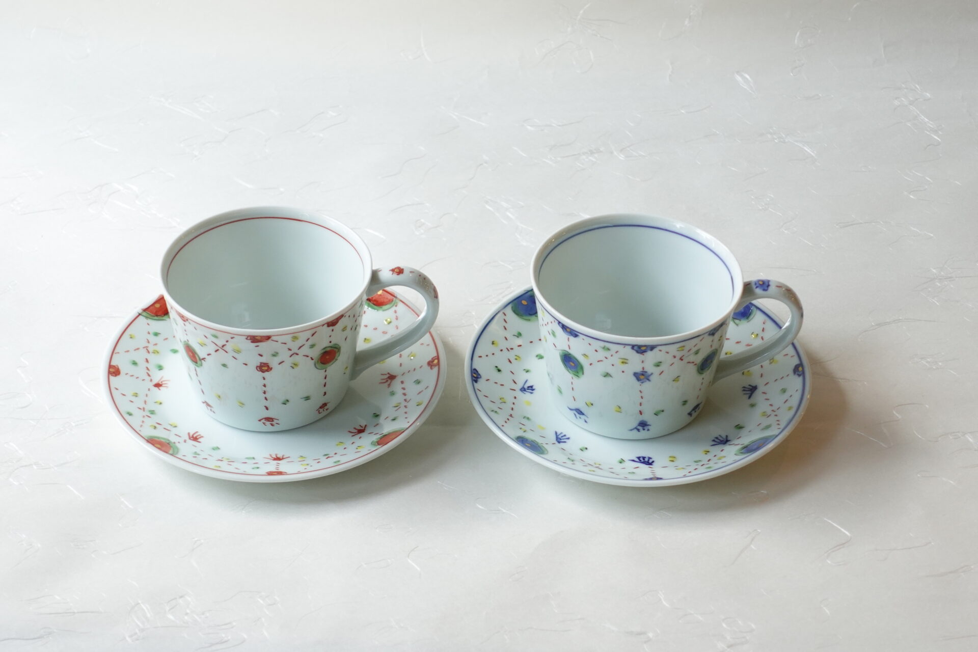 陶磁器 波佐見焼 コーヒー碗皿 ペア コーヒーカップ ソーサー 赤絵 染付 瓔珞文様 手描き 多くの手間 繊細 華やか 美しさ 高貴 縁起が良い 吉祥文様 薄手 軽い 扱いやすい 使いやすい器 安定 飲みやすい 伏せ焼 伝統技法 機能性 珈琲碗皿 美濃焼 鉄瓶 陶器 漆 漆器 有田焼 金継ぎ 焼き物 食器 陶磁器 伝統工芸品 茶碗 工芸品 九谷焼 南部鉄器 陶芸 陶器市 岐阜 焼き物 磁器 瀬戸物 岐阜県 岐阜市 美殿町６−番地 小林漆陶 漆塗り器 織部焼 小林漆器 箸 金継ぎ お香 食器 茶道具 陶器 美濃焼専門店 お皿 ceramics ih pottery うつわ うつわ屋 お皿屋さん お茶 お茶碗 お箸 かまど この辺に陶器屋さんってあります とうきいち やきもの ガラス工房 ギフト　ギフトショップ マグカップ モダン焼物 レンジできる陶器 切子 南部鉄器 どこ　岐阜市南部鉄器販売店 南部鉄器購入 岐阜県器屋 土鍋 岐阜小洒落たお皿 お椀が出る店 器 塗り物 漆塗り 陶器屋さん 食器屋さん お椀 ひのき 岐阜城周辺茶道具 販売陶器 販売陶器屋さん 陶器店 漆器店 岐阜有名な器屋さん 岐阜県食器売ってるところ 岐阜駅 陶器工芸品店 徳利 売ってる店 急須販売 扇子 抹茶 掛け軸 修復 日本陶瓷 漆器 木の食器 樺細工 江戸切子 食器 漆の器 漆器 うるし 漆器店 漆塗 漆椀 火鉢 灰 美殿町商店街 美濃焼ショップ 岐阜市 湯呑み お店 付近 美濃焼き専門店 美濃焼販売 花瓶 茶器 オンライン輪島塗 なつめ 店近くのガラス屋さん 近くの陶器屋さん 酒器 ガラス 金継ぎ依頼 岐阜鉄器鉄瓶 取扱店 Japanese 陶器 修理 陶器専門店 陶器小売店 岐阜陶器屋 陶器店 陶磁器 陶磁器専門店 陶芸家 おすすめ お店 岐阜食洗機対応 漆椀 Gifu JapanesetablewareJapanesecrafts Japaneseceramics Japanesepottery Handcrafted TraditionalCrafts Japaneseculture Traditionalart Japaneseteautensils TeaCeremony Japaneselacquerware インテリア 一輪挿し 入れ物 陶芸 陶芸皿 陶器いろいろ 陶器店 絵皿 絵柄 オンラインショップ 置物 おひつ オーブントースター 置物スタイリッシュ お皿 オブジェ 置物かわいい お皿陶磁器 お椀陶器 陶器欠損補修 花瓶 貫入 傘立て 陶器花 カップ 花 陶磁器 陶器金継ぎ キャニスター 器 急須 京都 金彩 九州 急須 陶芸食器 コーヒーカップ コップ 小物入れ 皿 ごはん鍋 食洗機 修理 食器 修理金継ぎ 陶器販売 瀬戸物 染付 タンブラー 耐熱陶器 茶碗 近くの陶器店 通販 土物 通販 手作り陶器 陶磁器 鍋