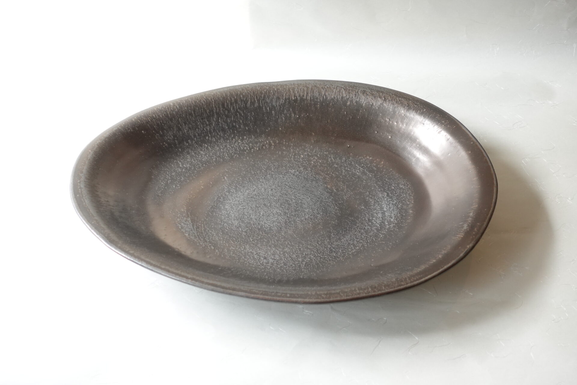 陶器 信楽焼 手づくり 水盤 ダークゴールド 金釉 高級感 荒々しさ 華展 存在感 立派な花 花を引き立てる 飽きが来ない 永く使える 花器 美濃焼 鉄瓶 陶器 漆 漆器 有田焼 金継ぎ 焼き物 食器 陶磁器 伝統工芸品 茶碗 工芸品 九谷焼 南部鉄器 陶芸 陶器市 岐阜 焼き物 磁器 瀬戸物 岐阜県 岐阜市 美殿町６−番地 小林漆陶 漆塗り器 織部焼 小林漆器 箸 金継ぎ お香 食器 茶道具 陶器 美濃焼専門店 お皿 ceramics ih pottery うつわ うつわ屋 お皿屋さん お茶 お茶碗 お箸 かまど この辺に陶器屋さんってあります とうきいち やきもの ガラス工房 ギフト　ギフトショップ マグカップ モダン焼物 レンジできる陶器 切子 南部鉄器 どこ　岐阜市南部鉄器販売店 南部鉄器購入 岐阜県器屋 土鍋 岐阜小洒落たお皿 お椀が出る店 器 塗り物 漆塗り 陶器屋さん 食器屋さん お椀 ひのき 岐阜城周辺茶道具 販売陶器 販売陶器屋さん 陶器店 漆器店 岐阜有名な器屋さん 岐阜県食器売ってるところ 岐阜駅 陶器工芸品店 徳利 売ってる店 急須販売 扇子 抹茶 掛け軸 修復 日本陶瓷 漆器 木の食器 樺細工 江戸切子 食器 漆の器 漆器 うるし 漆器店 漆塗 漆椀 火鉢 灰 美殿町商店街 美濃焼ショップ 岐阜市 湯呑み お店 付近 美濃焼き専門店 美濃焼販売 花瓶 茶器 オンライン輪島塗 なつめ 店近くのガラス屋さん 近くの陶器屋さん 酒器 ガラス 金継ぎ依頼 岐阜鉄器鉄瓶 取扱店 Japanese 陶器 修理 陶器専門店 陶器小売店 岐阜陶器屋 陶器店 陶磁器 陶磁器専門店 陶芸家 おすすめ お店 岐阜食洗機対応 漆椀 Gifu JapanesetablewareJapanesecrafts Japaneseceramics Japanesepottery Handcrafted TraditionalCrafts Japaneseculture Traditionalart Japaneseteautensils TeaCeremony Japaneselacquerware インテリア 一輪挿し 入れ物 陶芸 陶芸皿 陶器いろいろ 陶器店 絵皿 絵柄 オンラインショップ 置物 おひつ オーブントースター 置物スタイリッシュ お皿 オブジェ 置物かわいい お皿陶磁器 お椀陶器 陶器欠損補修 花瓶 貫入 傘立て 陶器花 カップ 花 陶磁器 陶器金継ぎ キャニスター 器 急須 京都 金彩 九州 急須 陶芸食器 コーヒーカップ コップ 小物入れ 皿 ごはん鍋 食洗機 修理 食器 修理金継ぎ 陶器販売 瀬戸物 染付 タンブラー 耐熱陶器 茶碗 近くの陶器店 通販 土物 通販 手作り陶器 陶磁器 鍋