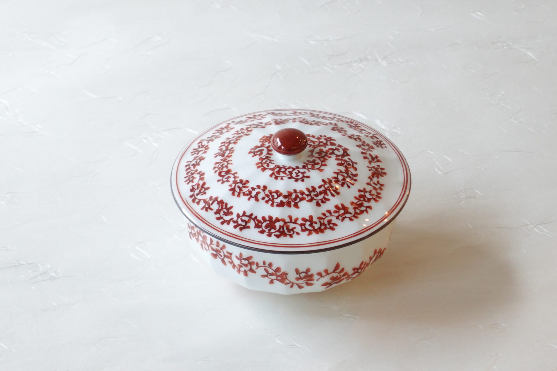 陶磁器 有田焼 赤絵 蓋物 白磁 唐草 手描き 手間 技術 美しい色彩 シンプル 料理を引き立てる 適度なサイズ お菓子まで お洒落 使いやすい 美濃焼 鉄瓶 陶器 漆 漆器 有田焼 金継ぎ 焼き物 食器 陶磁器 伝統工芸品 茶碗 工芸品 九谷焼 南部鉄器 陶芸 陶器市 岐阜 焼き物 磁器 瀬戸物 岐阜県 岐阜市 美殿町６−番地 小林漆陶 漆塗り器 織部焼 小林漆器 箸 金継ぎ お香 食器 茶道具 陶器 美濃焼専門店 お皿 ceramics ih pottery うつわ うつわ屋 お皿屋さん お茶 お茶碗 お箸 かまど この辺に陶器屋さんってあります とうきいち やきもの ガラス工房 ギフト　ギフトショップ マグカップ モダン焼物 レンジできる陶器 切子 南部鉄器 どこ　岐阜市南部鉄器販売店 南部鉄器購入 岐阜県器屋 土鍋 岐阜小洒落たお皿 お椀が出る店 器 塗り物 漆塗り 陶器屋さん 食器屋さん お椀 ひのき 岐阜城周辺茶道具 販売陶器 販売陶器屋さん 陶器店 漆器店 岐阜有名な器屋さん 岐阜県食器売ってるところ 岐阜駅 陶器工芸品店 徳利 売ってる店 急須販売 扇子 抹茶 掛け軸 修復 日本陶瓷 漆器 木の食器 樺細工 江戸切子 食器 漆の器 漆器 うるし 漆器店 漆塗 漆椀 火鉢 灰 美殿町商店街 美濃焼ショップ 岐阜市 湯呑み お店 付近 美濃焼き専門店 美濃焼販売 花瓶 茶器 オンライン輪島塗 なつめ 店近くのガラス屋さん 近くの陶器屋さん 酒器 ガラス 金継ぎ依頼 岐阜鉄器鉄瓶 取扱店 Japanese 陶器 修理 陶器専門店 陶器小売店 岐阜陶器屋 陶器店 陶磁器 陶磁器専門店 陶芸家 おすすめ お店 岐阜食洗機対応 漆椀 Gifu JapanesetablewareJapanesecrafts Japaneseceramics Japanesepottery Handcrafted TraditionalCrafts Japaneseculture Traditionalart Japaneseteautensils TeaCeremony Japaneselacquerware インテリア 一輪挿し 入れ物 陶芸 陶芸皿 陶器いろいろ 陶器店 絵皿 絵柄 オンラインショップ 置物 おひつ オーブントースター 置物スタイリッシュ お皿 オブジェ 置物かわいい お皿陶磁器 お椀陶器 陶器欠損補修 花瓶 貫入 傘立て 陶器花 カップ 花 陶磁器 陶器金継ぎ キャニスター 器 急須 京都 金彩 九州 急須 陶芸食器 コーヒーカップ コップ 小物入れ 皿 ごはん鍋 食洗機 修理 食器 修理金継ぎ 陶器販売 瀬戸物 染付 タンブラー 耐熱陶器 茶碗 近くの陶器店 通販 土物 通販 手作り陶器 陶磁器 鍋