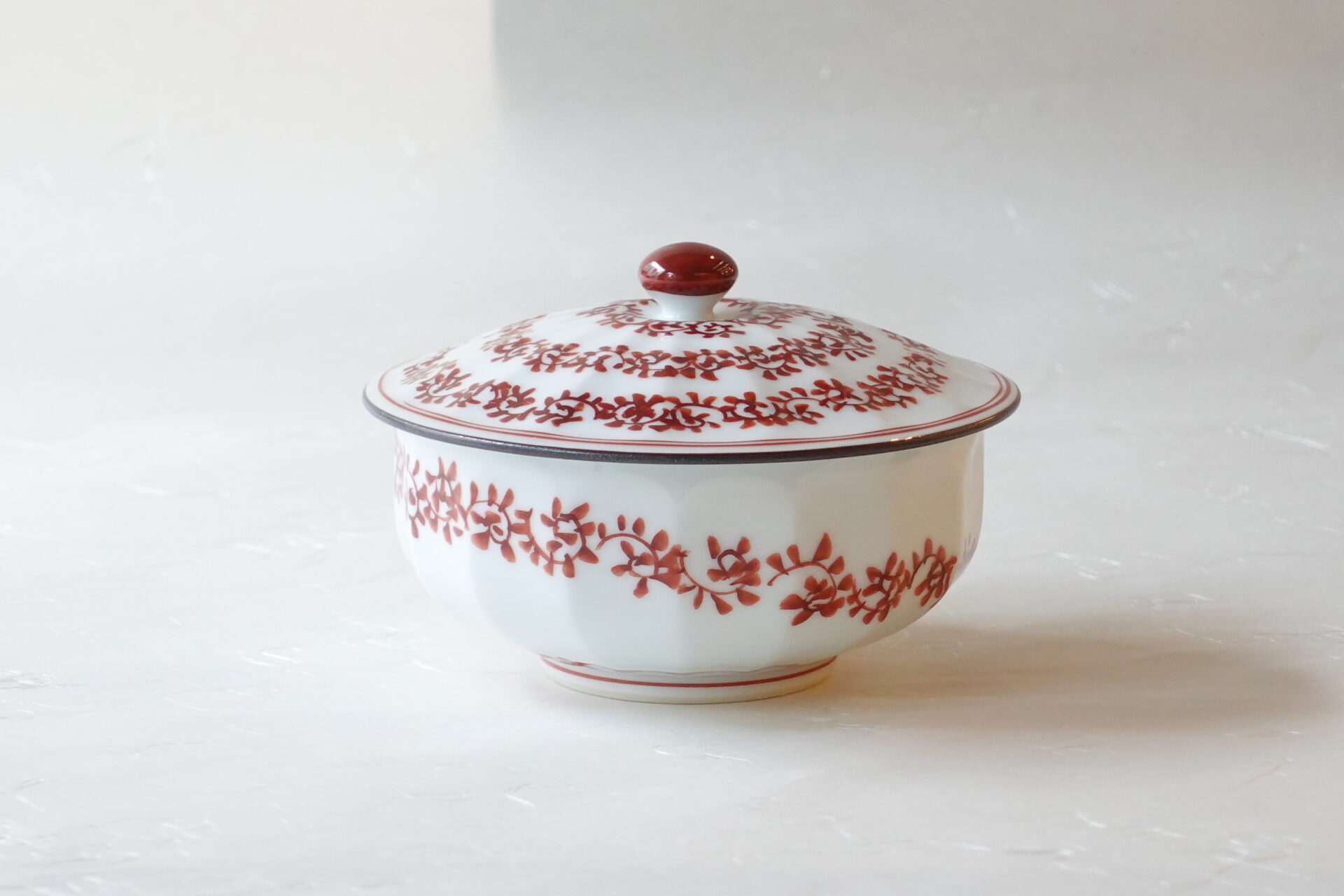 陶磁器 有田焼 赤絵 蓋物 白磁 唐草 手描き 手間 技術 美しい色彩 シンプル 料理を引き立てる 適度なサイズ お菓子まで お洒落 使いやすい 美濃焼 鉄瓶 陶器 漆 漆器 有田焼 金継ぎ 焼き物 食器 陶磁器 伝統工芸品 茶碗 工芸品 九谷焼 南部鉄器 陶芸 陶器市 岐阜 焼き物 磁器 瀬戸物 岐阜県 岐阜市 美殿町６−番地 小林漆陶 漆塗り器 織部焼 小林漆器 箸 金継ぎ お香 食器 茶道具 陶器 美濃焼専門店 お皿 ceramics ih pottery うつわ うつわ屋 お皿屋さん お茶 お茶碗 お箸 かまど この辺に陶器屋さんってあります とうきいち やきもの ガラス工房 ギフト　ギフトショップ マグカップ モダン焼物 レンジできる陶器 切子 南部鉄器 どこ　岐阜市南部鉄器販売店 南部鉄器購入 岐阜県器屋 土鍋 岐阜小洒落たお皿 お椀が出る店 器 塗り物 漆塗り 陶器屋さん 食器屋さん お椀 ひのき 岐阜城周辺茶道具 販売陶器 販売陶器屋さん 陶器店 漆器店 岐阜有名な器屋さん 岐阜県食器売ってるところ 岐阜駅 陶器工芸品店 徳利 売ってる店 急須販売 扇子 抹茶 掛け軸 修復 日本陶瓷 漆器 木の食器 樺細工 江戸切子 食器 漆の器 漆器 うるし 漆器店 漆塗 漆椀 火鉢 灰 美殿町商店街 美濃焼ショップ 岐阜市 湯呑み お店 付近 美濃焼き専門店 美濃焼販売 花瓶 茶器 オンライン輪島塗 なつめ 店近くのガラス屋さん 近くの陶器屋さん 酒器 ガラス 金継ぎ依頼 岐阜鉄器鉄瓶 取扱店 Japanese 陶器 修理 陶器専門店 陶器小売店 岐阜陶器屋 陶器店 陶磁器 陶磁器専門店 陶芸家 おすすめ お店 岐阜食洗機対応 漆椀 Gifu JapanesetablewareJapanesecrafts Japaneseceramics Japanesepottery Handcrafted TraditionalCrafts Japaneseculture Traditionalart Japaneseteautensils TeaCeremony Japaneselacquerware インテリア 一輪挿し 入れ物 陶芸 陶芸皿 陶器いろいろ 陶器店 絵皿 絵柄 オンラインショップ 置物 おひつ オーブントースター 置物スタイリッシュ お皿 オブジェ 置物かわいい お皿陶磁器 お椀陶器 陶器欠損補修 花瓶 貫入 傘立て 陶器花 カップ 花 陶磁器 陶器金継ぎ キャニスター 器 急須 京都 金彩 九州 急須 陶芸食器 コーヒーカップ コップ 小物入れ 皿 ごはん鍋 食洗機 修理 食器 修理金継ぎ 陶器販売 瀬戸物 染付 タンブラー 耐熱陶器 茶碗 近くの陶器店 通販 土物 通販 手作り陶器 陶磁器 鍋