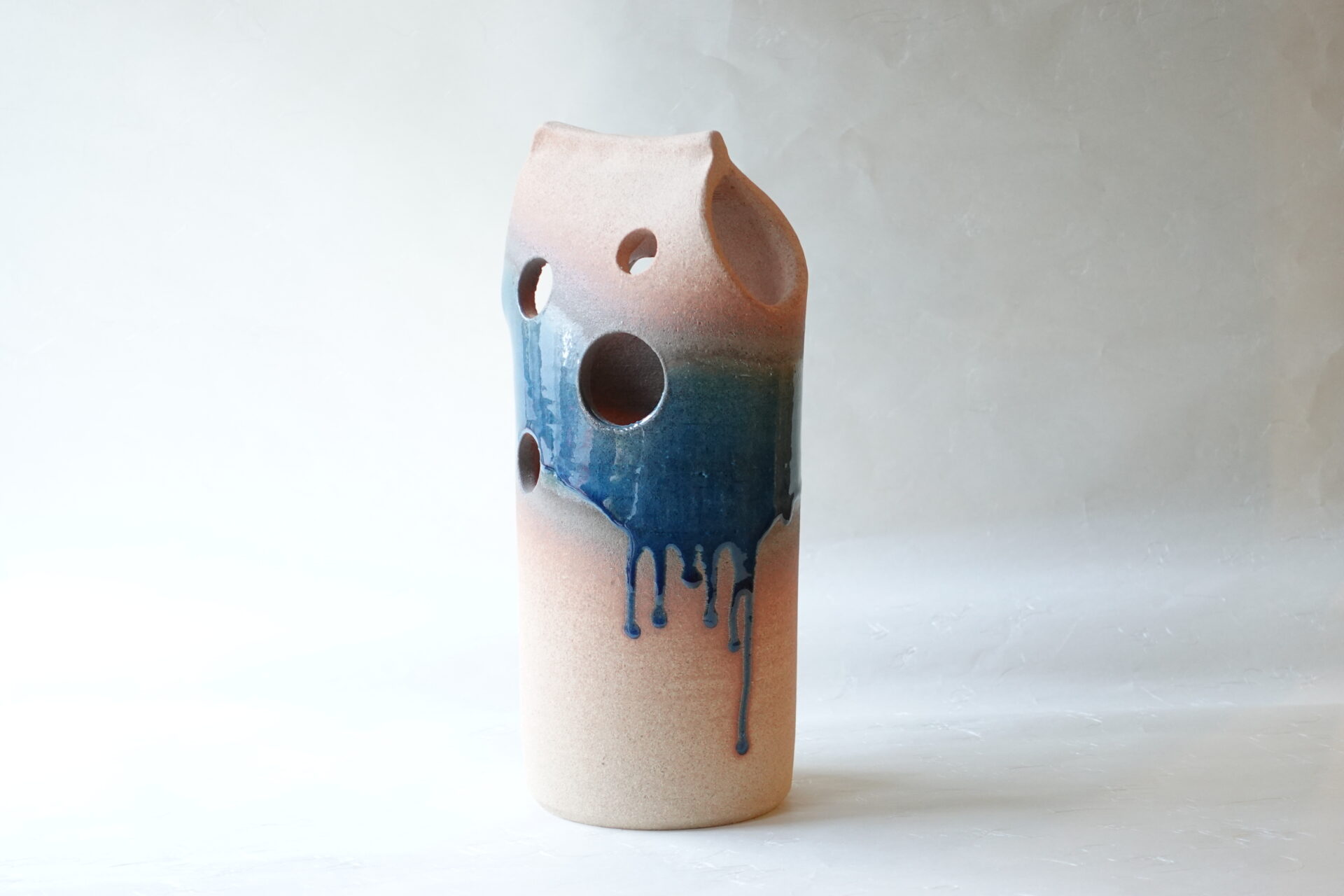 陶器 信楽焼 手づくり 花器 自由度が高い 生け花 穴 青釉 美しい 艶深い アート 美濃焼 鉄瓶 陶器 漆 漆器 有田焼 金継ぎ 焼き物 食器 陶磁器 伝統工芸品 茶碗 工芸品 九谷焼 南部鉄器 陶芸 陶器市 岐阜 焼き物 磁器 瀬戸物 岐阜県 岐阜市 美殿町６−番地 小林漆陶 漆塗り器 織部焼 小林漆器 箸 金継ぎ お香 食器 茶道具 陶器 美濃焼専門店 お皿 ceramics ih pottery うつわ うつわ屋 お皿屋さん お茶 お茶碗 お箸 かまど この辺に陶器屋さんってあります とうきいち やきもの ガラス工房 ギフト　ギフトショップ マグカップ モダン焼物 レンジできる陶器 切子 南部鉄器 どこ　岐阜市南部鉄器販売店 南部鉄器購入 岐阜県器屋 土鍋 岐阜小洒落たお皿 お椀が出る店 器 塗り物 漆塗り 陶器屋さん 食器屋さん お椀 ひのき 岐阜城周辺茶道具 販売陶器 販売陶器屋さん 陶器店 漆器店 岐阜有名な器屋さん 岐阜県食器売ってるところ 岐阜駅 陶器工芸品店 徳利 売ってる店 急須販売 扇子 抹茶 掛け軸 修復 日本陶瓷 漆器 木の食器 樺細工 江戸切子 食器 漆の器 漆器 うるし 漆器店 漆塗 漆椀 火鉢 灰 美殿町商店街 美濃焼ショップ 岐阜市 湯呑み お店 付近 美濃焼き専門店 美濃焼販売 花瓶 茶器 オンライン輪島塗 なつめ 店近くのガラス屋さん 近くの陶器屋さん 酒器 ガラス 金継ぎ依頼 岐阜鉄器鉄瓶 取扱店 Japanese 陶器 修理 陶器専門店 陶器小売店 岐阜陶器屋 陶器店 陶磁器 陶磁器専門店 陶芸家 おすすめ お店 岐阜食洗機対応 漆椀 Gifu JapanesetablewareJapanesecrafts Japaneseceramics Japanesepottery Handcrafted TraditionalCrafts Japaneseculture Traditionalart Japaneseteautensils TeaCeremony Japaneselacquerware インテリア 一輪挿し 入れ物 陶芸 陶芸皿 陶器いろいろ 陶器店 絵皿 絵柄 オンラインショップ 置物 おひつ オーブントースター 置物スタイリッシュ お皿 オブジェ 置物かわいい お皿陶磁器 お椀陶器 陶器欠損補修 花瓶 貫入 傘立て 陶器花 カップ 花 陶磁器 陶器金継ぎ キャニスター 器 急須 京都 金彩 九州 急須 陶芸食器 コーヒーカップ コップ 小物入れ 皿 ごはん鍋 食洗機 修理 食器 修理金継ぎ 陶器販売 瀬戸物 染付 タンブラー 耐熱陶器 茶碗 近くの陶器店 通販 土物 通販 手作り陶器 陶磁器 鍋