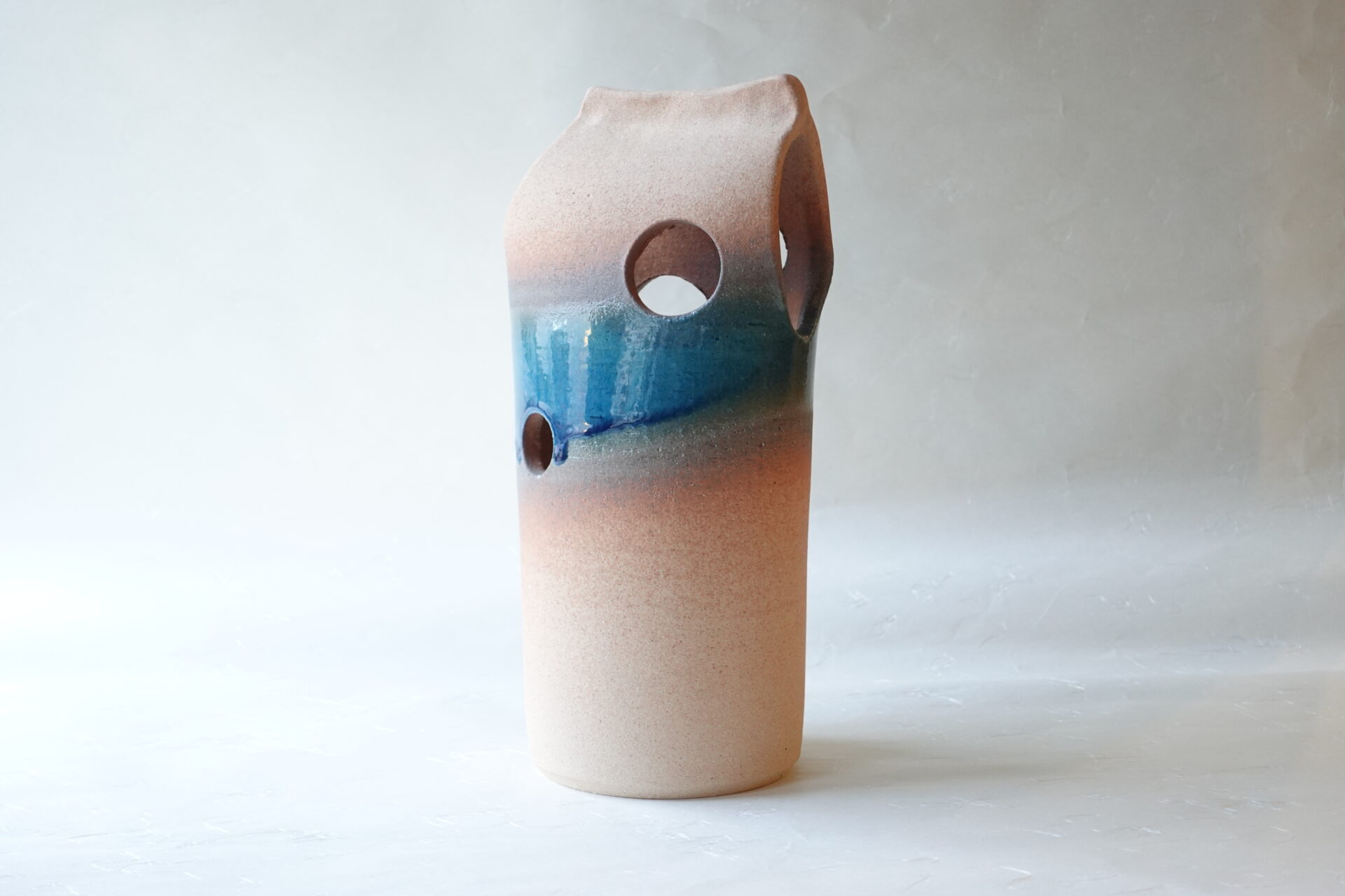 陶器 信楽焼 手づくり 花器 自由度が高い 生け花 穴 青釉 美しい 艶深い アート 美濃焼 鉄瓶 陶器 漆 漆器 有田焼 金継ぎ 焼き物 食器 陶磁器 伝統工芸品 茶碗 工芸品 九谷焼 南部鉄器 陶芸 陶器市 岐阜 焼き物 磁器 瀬戸物 岐阜県 岐阜市 美殿町６−番地 小林漆陶 漆塗り器 織部焼 小林漆器 箸 金継ぎ お香 食器 茶道具 陶器 美濃焼専門店 お皿 ceramics ih pottery うつわ うつわ屋 お皿屋さん お茶 お茶碗 お箸 かまど この辺に陶器屋さんってあります とうきいち やきもの ガラス工房 ギフト　ギフトショップ マグカップ モダン焼物 レンジできる陶器 切子 南部鉄器 どこ　岐阜市南部鉄器販売店 南部鉄器購入 岐阜県器屋 土鍋 岐阜小洒落たお皿 お椀が出る店 器 塗り物 漆塗り 陶器屋さん 食器屋さん お椀 ひのき 岐阜城周辺茶道具 販売陶器 販売陶器屋さん 陶器店 漆器店 岐阜有名な器屋さん 岐阜県食器売ってるところ 岐阜駅 陶器工芸品店 徳利 売ってる店 急須販売 扇子 抹茶 掛け軸 修復 日本陶瓷 漆器 木の食器 樺細工 江戸切子 食器 漆の器 漆器 うるし 漆器店 漆塗 漆椀 火鉢 灰 美殿町商店街 美濃焼ショップ 岐阜市 湯呑み お店 付近 美濃焼き専門店 美濃焼販売 花瓶 茶器 オンライン輪島塗 なつめ 店近くのガラス屋さん 近くの陶器屋さん 酒器 ガラス 金継ぎ依頼 岐阜鉄器鉄瓶 取扱店 Japanese 陶器 修理 陶器専門店 陶器小売店 岐阜陶器屋 陶器店 陶磁器 陶磁器専門店 陶芸家 おすすめ お店 岐阜食洗機対応 漆椀 Gifu JapanesetablewareJapanesecrafts Japaneseceramics Japanesepottery Handcrafted TraditionalCrafts Japaneseculture Traditionalart Japaneseteautensils TeaCeremony Japaneselacquerware インテリア 一輪挿し 入れ物 陶芸 陶芸皿 陶器いろいろ 陶器店 絵皿 絵柄 オンラインショップ 置物 おひつ オーブントースター 置物スタイリッシュ お皿 オブジェ 置物かわいい お皿陶磁器 お椀陶器 陶器欠損補修 花瓶 貫入 傘立て 陶器花 カップ 花 陶磁器 陶器金継ぎ キャニスター 器 急須 京都 金彩 九州 急須 陶芸食器 コーヒーカップ コップ 小物入れ 皿 ごはん鍋 食洗機 修理 食器 修理金継ぎ 陶器販売 瀬戸物 染付 タンブラー 耐熱陶器 茶碗 近くの陶器店 通販 土物 通販 手作り陶器 陶磁器 鍋