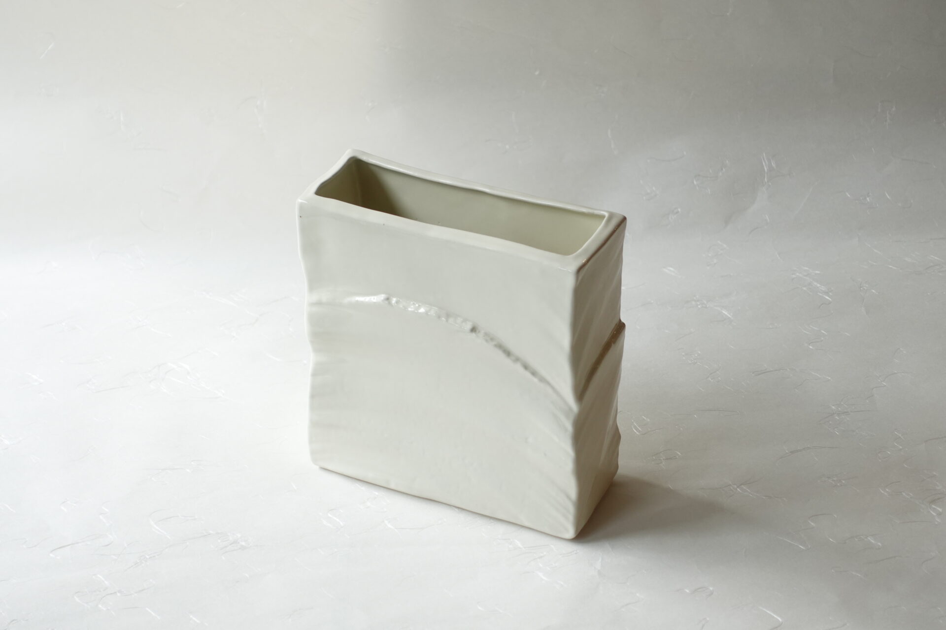 陶器 信楽焼 角型 花器 土物 立体的 落着き 適度なサイズ 使い勝手がよい 置き場所を選ばない 艶やか 上質 高級感 お洒落 美濃焼 鉄瓶 陶器 漆 漆器 有田焼 金継ぎ 焼き物 食器 陶磁器 伝統工芸品 茶碗 工芸品 九谷焼 南部鉄器 陶芸 陶器市 岐阜 焼き物 磁器 瀬戸物 岐阜県 岐阜市 美殿町６−番地 小林漆陶 漆塗り器 織部焼 小林漆器 箸 金継ぎ お香 食器 茶道具 陶器 美濃焼専門店 お皿 ceramics ih pottery うつわ うつわ屋 お皿屋さん お茶 お茶碗 お箸 かまど この辺に陶器屋さんってあります とうきいち やきもの ガラス工房 ギフト　ギフトショップ マグカップ モダン焼物 レンジできる陶器 切子 南部鉄器 どこ　岐阜市南部鉄器販売店 南部鉄器購入 岐阜県器屋 土鍋 岐阜小洒落たお皿 お椀が出る店 器 塗り物 漆塗り 陶器屋さん 食器屋さん お椀 ひのき 岐阜城周辺茶道具 販売陶器 販売陶器屋さん 陶器店 漆器店 岐阜有名な器屋さん 岐阜県食器売ってるところ 岐阜駅 陶器工芸品店 徳利 売ってる店 急須販売 扇子 抹茶 掛け軸 修復 日本陶瓷 漆器 木の食器 樺細工 江戸切子 食器 漆の器 漆器 うるし 漆器店 漆塗 漆椀 火鉢 灰 美殿町商店街 美濃焼ショップ 岐阜市 湯呑み お店 付近 美濃焼き専門店 美濃焼販売 花瓶 茶器 オンライン輪島塗 なつめ 店近くのガラス屋さん 近くの陶器屋さん 酒器 ガラス 金継ぎ依頼 岐阜鉄器鉄瓶 取扱店 Japanese 陶器 修理 陶器専門店 陶器小売店 岐阜陶器屋 陶器店 陶磁器 陶磁器専門店 陶芸家 おすすめ お店 岐阜食洗機対応 漆椀 Gifu JapanesetablewareJapanesecrafts Japaneseceramics Japanesepottery Handcrafted TraditionalCrafts Japaneseculture Traditionalart Japaneseteautensils TeaCeremony Japaneselacquerware インテリア 一輪挿し 入れ物 陶芸 陶芸皿 陶器いろいろ 陶器店 絵皿 絵柄 オンラインショップ 置物 おひつ オーブントースター 置物スタイリッシュ お皿 オブジェ 置物かわいい お皿陶磁器 お椀陶器 陶器欠損補修 花瓶 貫入 傘立て 陶器花 カップ 花 陶磁器 陶器金継ぎ キャニスター 器 急須 京都 金彩 九州 急須 陶芸食器 コーヒーカップ コップ 小物入れ 皿 ごはん鍋 食洗機 修理 食器 修理金継ぎ 陶器販売 瀬戸物 染付 タンブラー 耐熱陶器 茶碗 近くの陶器店 通販 土物 通販 手作り陶器 陶磁器 鍋