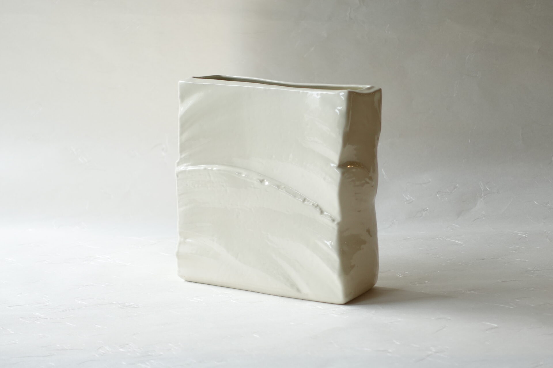 陶器 信楽焼 角型 花器 土物 立体的 落着き 適度なサイズ 使い勝手がよい 置き場所を選ばない 艶やか 上質 高級感 お洒落 美濃焼 鉄瓶 陶器 漆 漆器 有田焼 金継ぎ 焼き物 食器 陶磁器 伝統工芸品 茶碗 工芸品 九谷焼 南部鉄器 陶芸 陶器市 岐阜 焼き物 磁器 瀬戸物 岐阜県 岐阜市 美殿町６−番地 小林漆陶 漆塗り器 織部焼 小林漆器 箸 金継ぎ お香 食器 茶道具 陶器 美濃焼専門店 お皿 ceramics ih pottery うつわ うつわ屋 お皿屋さん お茶 お茶碗 お箸 かまど この辺に陶器屋さんってあります とうきいち やきもの ガラス工房 ギフト　ギフトショップ マグカップ モダン焼物 レンジできる陶器 切子 南部鉄器 どこ　岐阜市南部鉄器販売店 南部鉄器購入 岐阜県器屋 土鍋 岐阜小洒落たお皿 お椀が出る店 器 塗り物 漆塗り 陶器屋さん 食器屋さん お椀 ひのき 岐阜城周辺茶道具 販売陶器 販売陶器屋さん 陶器店 漆器店 岐阜有名な器屋さん 岐阜県食器売ってるところ 岐阜駅 陶器工芸品店 徳利 売ってる店 急須販売 扇子 抹茶 掛け軸 修復 日本陶瓷 漆器 木の食器 樺細工 江戸切子 食器 漆の器 漆器 うるし 漆器店 漆塗 漆椀 火鉢 灰 美殿町商店街 美濃焼ショップ 岐阜市 湯呑み お店 付近 美濃焼き専門店 美濃焼販売 花瓶 茶器 オンライン輪島塗 なつめ 店近くのガラス屋さん 近くの陶器屋さん 酒器 ガラス 金継ぎ依頼 岐阜鉄器鉄瓶 取扱店 Japanese 陶器 修理 陶器専門店 陶器小売店 岐阜陶器屋 陶器店 陶磁器 陶磁器専門店 陶芸家 おすすめ お店 岐阜食洗機対応 漆椀 Gifu JapanesetablewareJapanesecrafts Japaneseceramics Japanesepottery Handcrafted TraditionalCrafts Japaneseculture Traditionalart Japaneseteautensils TeaCeremony Japaneselacquerware インテリア 一輪挿し 入れ物 陶芸 陶芸皿 陶器いろいろ 陶器店 絵皿 絵柄 オンラインショップ 置物 おひつ オーブントースター 置物スタイリッシュ お皿 オブジェ 置物かわいい お皿陶磁器 お椀陶器 陶器欠損補修 花瓶 貫入 傘立て 陶器花 カップ 花 陶磁器 陶器金継ぎ キャニスター 器 急須 京都 金彩 九州 急須 陶芸食器 コーヒーカップ コップ 小物入れ 皿 ごはん鍋 食洗機 修理 食器 修理金継ぎ 陶器販売 瀬戸物 染付 タンブラー 耐熱陶器 茶碗 近くの陶器店 通販 土物 通販 手作り陶器 陶磁器 鍋