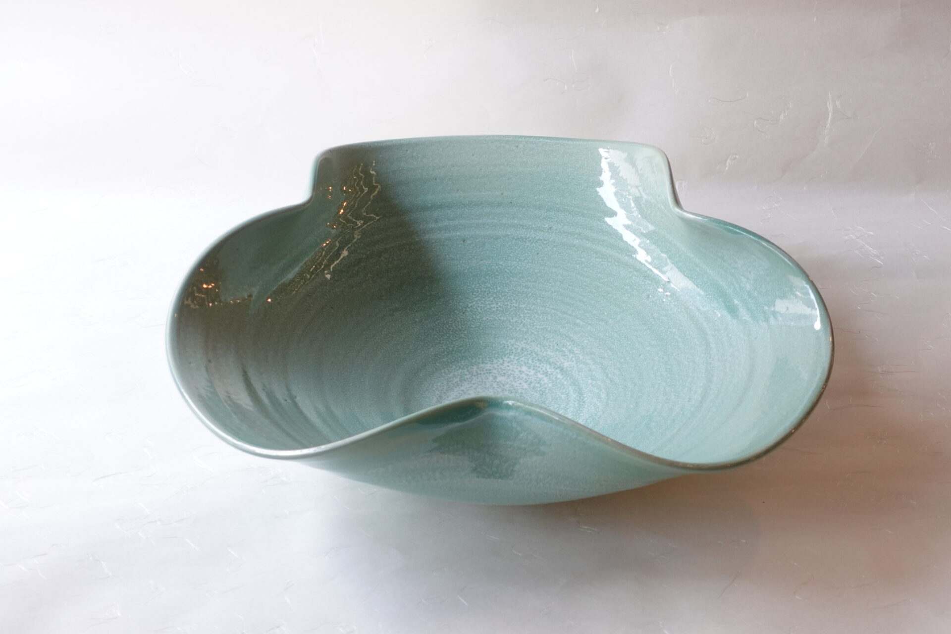 陶器 信楽焼 手づくり 水盤 ろくろ成形 花びらのよう 立体的 花器 ろくろ目 美しさ さわやか 艶 質感高い 高級感 青磁色 花を引き立てる 品格ある 美濃焼 鉄瓶 陶器 漆 漆器 有田焼 金継ぎ 焼き物 食器 陶磁器 伝統工芸品 茶碗 工芸品 九谷焼 南部鉄器 陶芸 陶器市 岐阜 焼き物 磁器 瀬戸物 岐阜県 岐阜市 美殿町６−番地 小林漆陶 漆塗り器 織部焼 小林漆器 箸 金継ぎ お香 食器 茶道具 陶器 美濃焼専門店 お皿 ceramics ih pottery うつわ うつわ屋 お皿屋さん お茶 お茶碗 お箸 かまど この辺に陶器屋さんってあります とうきいち やきもの ガラス工房 ギフト　ギフトショップ マグカップ モダン焼物 レンジできる陶器 切子 南部鉄器 どこ　岐阜市南部鉄器販売店 南部鉄器購入 岐阜県器屋 土鍋 岐阜小洒落たお皿 お椀が出る店 器 塗り物 漆塗り 陶器屋さん 食器屋さん お椀 ひのき 岐阜城周辺茶道具 販売陶器 販売陶器屋さん 陶器店 漆器店 岐阜有名な器屋さん 岐阜県食器売ってるところ 岐阜駅 陶器工芸品店 徳利 売ってる店 急須販売 扇子 抹茶 掛け軸 修復 日本陶瓷 漆器 木の食器 樺細工 江戸切子 食器 漆の器 漆器 うるし 漆器店 漆塗 漆椀 火鉢 灰 美殿町商店街 美濃焼ショップ 岐阜市 湯呑み お店 付近 美濃焼き専門店 美濃焼販売 花瓶 茶器 オンライン輪島塗 なつめ 店近くのガラス屋さん 近くの陶器屋さん 酒器 ガラス 金継ぎ依頼 岐阜鉄器鉄瓶 取扱店 Japanese 陶器 修理 陶器専門店 陶器小売店 岐阜陶器屋 陶器店 陶磁器 陶磁器専門店 陶芸家 おすすめ お店 岐阜食洗機対応 漆椀 Gifu JapanesetablewareJapanesecrafts Japaneseceramics Japanesepottery Handcrafted TraditionalCrafts Japaneseculture Traditionalart Japaneseteautensils TeaCeremony Japaneselacquerware インテリア 一輪挿し 入れ物 陶芸 陶芸皿 陶器いろいろ 陶器店 絵皿 絵柄 オンラインショップ 置物 おひつ オーブントースター 置物スタイリッシュ お皿 オブジェ 置物かわいい お皿陶磁器 お椀陶器 陶器欠損補修 花瓶 貫入 傘立て 陶器花 カップ 花 陶磁器 陶器金継ぎ キャニスター 器 急須 京都 金彩 九州 急須 陶芸食器 コーヒーカップ コップ 小物入れ 皿 ごはん鍋 食洗機 修理 食器 修理金継ぎ 陶器販売 瀬戸物 染付 タンブラー 耐熱陶器 茶碗 近くの陶器店 通販 土物 通販 手作り陶器 陶磁器 鍋