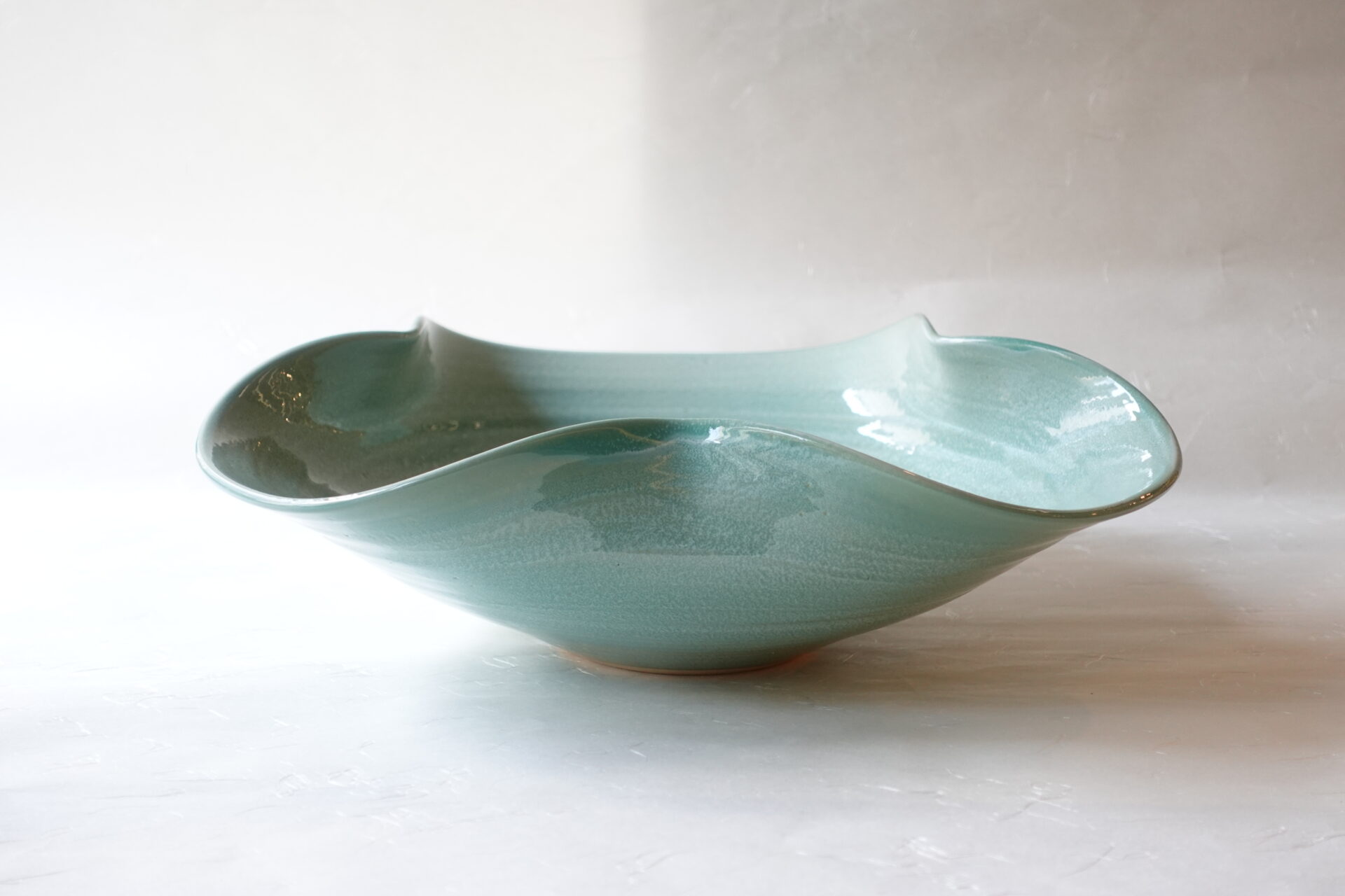 陶器 信楽焼 手づくり 水盤 ろくろ成形 花びらのよう 立体的 花器 ろくろ目 美しさ さわやか 艶 質感高い 高級感 青磁色 花を引き立てる 品格ある 美濃焼 鉄瓶 陶器 漆 漆器 有田焼 金継ぎ 焼き物 食器 陶磁器 伝統工芸品 茶碗 工芸品 九谷焼 南部鉄器 陶芸 陶器市 岐阜 焼き物 磁器 瀬戸物 岐阜県 岐阜市 美殿町６−番地 小林漆陶 漆塗り器 織部焼 小林漆器 箸 金継ぎ お香 食器 茶道具 陶器 美濃焼専門店 お皿 ceramics ih pottery うつわ うつわ屋 お皿屋さん お茶 お茶碗 お箸 かまど この辺に陶器屋さんってあります とうきいち やきもの ガラス工房 ギフト　ギフトショップ マグカップ モダン焼物 レンジできる陶器 切子 南部鉄器 どこ　岐阜市南部鉄器販売店 南部鉄器購入 岐阜県器屋 土鍋 岐阜小洒落たお皿 お椀が出る店 器 塗り物 漆塗り 陶器屋さん 食器屋さん お椀 ひのき 岐阜城周辺茶道具 販売陶器 販売陶器屋さん 陶器店 漆器店 岐阜有名な器屋さん 岐阜県食器売ってるところ 岐阜駅 陶器工芸品店 徳利 売ってる店 急須販売 扇子 抹茶 掛け軸 修復 日本陶瓷 漆器 木の食器 樺細工 江戸切子 食器 漆の器 漆器 うるし 漆器店 漆塗 漆椀 火鉢 灰 美殿町商店街 美濃焼ショップ 岐阜市 湯呑み お店 付近 美濃焼き専門店 美濃焼販売 花瓶 茶器 オンライン輪島塗 なつめ 店近くのガラス屋さん 近くの陶器屋さん 酒器 ガラス 金継ぎ依頼 岐阜鉄器鉄瓶 取扱店 Japanese 陶器 修理 陶器専門店 陶器小売店 岐阜陶器屋 陶器店 陶磁器 陶磁器専門店 陶芸家 おすすめ お店 岐阜食洗機対応 漆椀 Gifu JapanesetablewareJapanesecrafts Japaneseceramics Japanesepottery Handcrafted TraditionalCrafts Japaneseculture Traditionalart Japaneseteautensils TeaCeremony Japaneselacquerware インテリア 一輪挿し 入れ物 陶芸 陶芸皿 陶器いろいろ 陶器店 絵皿 絵柄 オンラインショップ 置物 おひつ オーブントースター 置物スタイリッシュ お皿 オブジェ 置物かわいい お皿陶磁器 お椀陶器 陶器欠損補修 花瓶 貫入 傘立て 陶器花 カップ 花 陶磁器 陶器金継ぎ キャニスター 器 急須 京都 金彩 九州 急須 陶芸食器 コーヒーカップ コップ 小物入れ 皿 ごはん鍋 食洗機 修理 食器 修理金継ぎ 陶器販売 瀬戸物 染付 タンブラー 耐熱陶器 茶碗 近くの陶器店 通販 土物 通販 手作り陶器 陶磁器 鍋