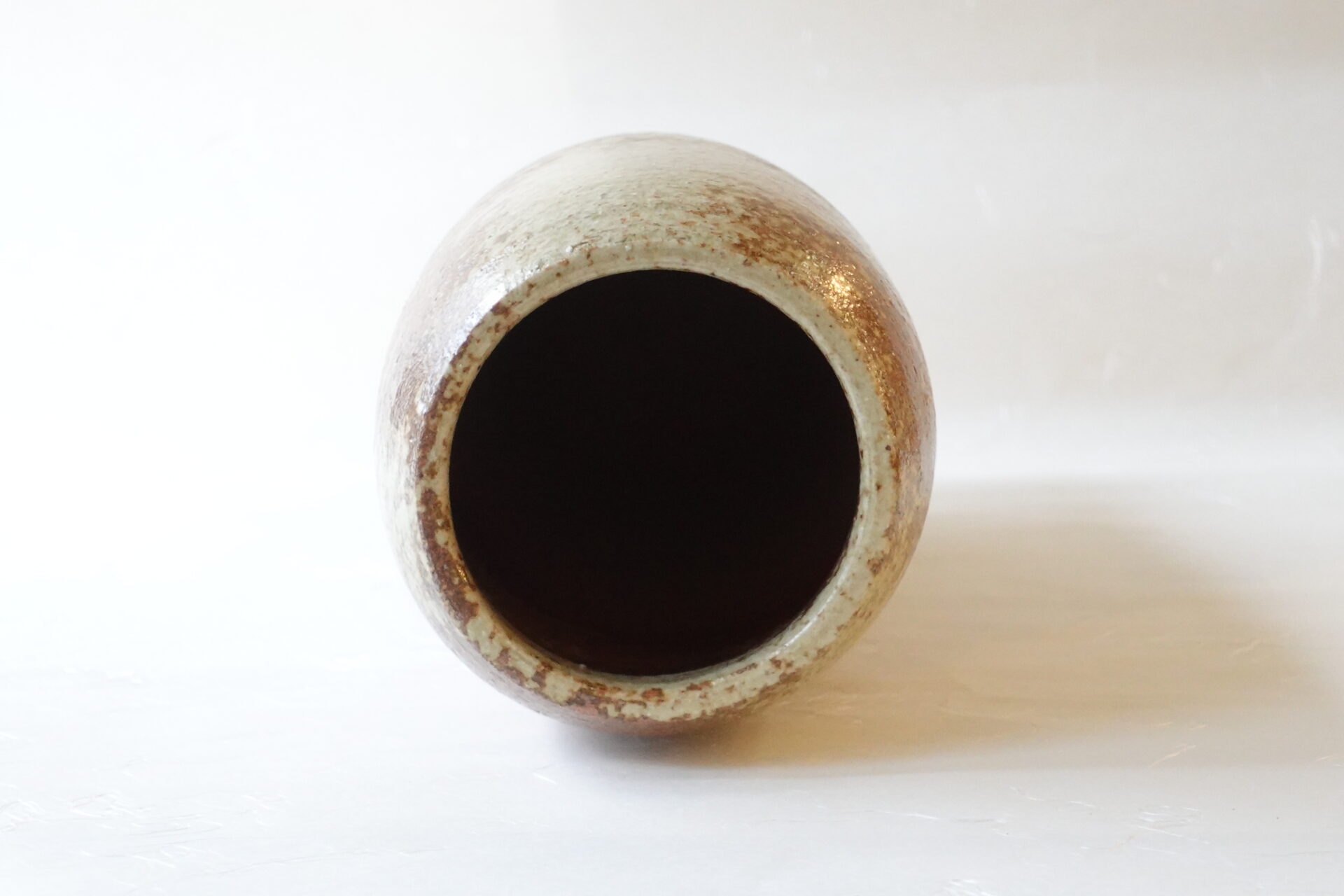 陶器 信楽焼 投入 花器 生け花 風情 美しい花を表現 焼き締め 素朴 力強い 窯変 土味 丸み やさしい雰囲気 簡単 日常空間 質感高い 美濃焼 鉄瓶 陶器 漆 漆器 有田焼 金継ぎ 焼き物 食器 陶磁器 伝統工芸品 茶碗 工芸品 九谷焼 南部鉄器 陶芸 陶器市 岐阜 焼き物 磁器 瀬戸物 岐阜県 岐阜市 美殿町６−番地 小林漆陶 漆塗り器 織部焼 小林漆器 箸 金継ぎ お香 食器 茶道具 陶器 美濃焼専門店 お皿 ceramics ih pottery うつわ うつわ屋 お皿屋さん お茶 お茶碗 お箸 かまど この辺に陶器屋さんってあります とうきいち やきもの ガラス工房 ギフト　ギフトショップ マグカップ モダン焼物 レンジできる陶器 切子 南部鉄器 どこ　岐阜市南部鉄器販売店 南部鉄器購入 岐阜県器屋 土鍋 岐阜小洒落たお皿 お椀が出る店 器 塗り物 漆塗り 陶器屋さん 食器屋さん お椀 ひのき 岐阜城周辺茶道具 販売陶器 販売陶器屋さん 陶器店 漆器店 岐阜有名な器屋さん 岐阜県食器売ってるところ 岐阜駅 陶器工芸品店 徳利 売ってる店 急須販売 扇子 抹茶 掛け軸 修復 日本陶瓷 漆器 木の食器 樺細工 江戸切子 食器 漆の器 漆器 うるし 漆器店 漆塗 漆椀 火鉢 灰 美殿町商店街 美濃焼ショップ 岐阜市 湯呑み お店 付近 美濃焼き専門店 美濃焼販売 花瓶 茶器 オンライン輪島塗 なつめ 店近くのガラス屋さん 近くの陶器屋さん 酒器 ガラス 金継ぎ依頼 岐阜鉄器鉄瓶 取扱店 Japanese 陶器 修理 陶器専門店 陶器小売店 岐阜陶器屋 陶器店 陶磁器 陶磁器専門店 陶芸家 おすすめ お店 岐阜食洗機対応 漆椀 Gifu JapanesetablewareJapanesecrafts Japaneseceramics Japanesepottery Handcrafted TraditionalCrafts Japaneseculture Traditionalart Japaneseteautensils TeaCeremony Japaneselacquerware インテリア 一輪挿し 入れ物 陶芸 陶芸皿 陶器いろいろ 陶器店 絵皿 絵柄 オンラインショップ 置物 おひつ オーブントースター 置物スタイリッシュ お皿 オブジェ 置物かわいい お皿陶磁器 お椀陶器 陶器欠損補修 花瓶 貫入 傘立て 陶器花 カップ 花 陶磁器 陶器金継ぎ キャニスター 器 急須 京都 金彩 九州 急須 陶芸食器 コーヒーカップ コップ 小物入れ 皿 ごはん鍋 食洗機 修理 食器 修理金継ぎ 陶器販売 瀬戸物 染付 タンブラー 耐熱陶器 茶碗 近くの陶器店 通販 土物 通販 手作り陶器 陶磁器 鍋