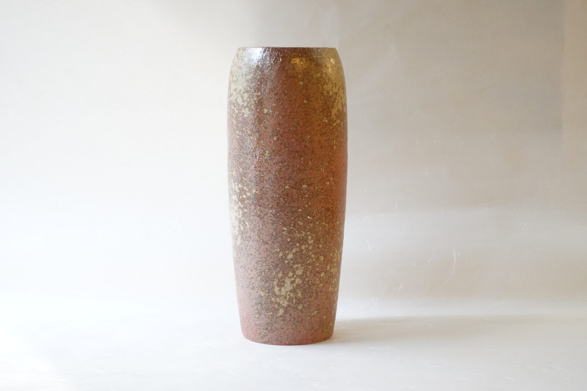 陶器 信楽焼 投入 花器 生け花 風情 美しい花を表現 焼き締め 素朴 力強い 窯変 土味 丸み やさしい雰囲気 簡単 日常空間 質感高い 美濃焼 鉄瓶 陶器 漆 漆器 有田焼 金継ぎ 焼き物 食器 陶磁器 伝統工芸品 茶碗 工芸品 九谷焼 南部鉄器 陶芸 陶器市 岐阜 焼き物 磁器 瀬戸物 岐阜県 岐阜市 美殿町６−番地 小林漆陶 漆塗り器 織部焼 小林漆器 箸 金継ぎ お香 食器 茶道具 陶器 美濃焼専門店 お皿 ceramics ih pottery うつわ うつわ屋 お皿屋さん お茶 お茶碗 お箸 かまど この辺に陶器屋さんってあります とうきいち やきもの ガラス工房 ギフト　ギフトショップ マグカップ モダン焼物 レンジできる陶器 切子 南部鉄器 どこ　岐阜市南部鉄器販売店 南部鉄器購入 岐阜県器屋 土鍋 岐阜小洒落たお皿 お椀が出る店 器 塗り物 漆塗り 陶器屋さん 食器屋さん お椀 ひのき 岐阜城周辺茶道具 販売陶器 販売陶器屋さん 陶器店 漆器店 岐阜有名な器屋さん 岐阜県食器売ってるところ 岐阜駅 陶器工芸品店 徳利 売ってる店 急須販売 扇子 抹茶 掛け軸 修復 日本陶瓷 漆器 木の食器 樺細工 江戸切子 食器 漆の器 漆器 うるし 漆器店 漆塗 漆椀 火鉢 灰 美殿町商店街 美濃焼ショップ 岐阜市 湯呑み お店 付近 美濃焼き専門店 美濃焼販売 花瓶 茶器 オンライン輪島塗 なつめ 店近くのガラス屋さん 近くの陶器屋さん 酒器 ガラス 金継ぎ依頼 岐阜鉄器鉄瓶 取扱店 Japanese 陶器 修理 陶器専門店 陶器小売店 岐阜陶器屋 陶器店 陶磁器 陶磁器専門店 陶芸家 おすすめ お店 岐阜食洗機対応 漆椀 Gifu JapanesetablewareJapanesecrafts Japaneseceramics Japanesepottery Handcrafted TraditionalCrafts Japaneseculture Traditionalart Japaneseteautensils TeaCeremony Japaneselacquerware インテリア 一輪挿し 入れ物 陶芸 陶芸皿 陶器いろいろ 陶器店 絵皿 絵柄 オンラインショップ 置物 おひつ オーブントースター 置物スタイリッシュ お皿 オブジェ 置物かわいい お皿陶磁器 お椀陶器 陶器欠損補修 花瓶 貫入 傘立て 陶器花 カップ 花 陶磁器 陶器金継ぎ キャニスター 器 急須 京都 金彩 九州 急須 陶芸食器 コーヒーカップ コップ 小物入れ 皿 ごはん鍋 食洗機 修理 食器 修理金継ぎ 陶器販売 瀬戸物 染付 タンブラー 耐熱陶器 茶碗 近くの陶器店 通販 土物 通販 手作り陶器 陶磁器 鍋