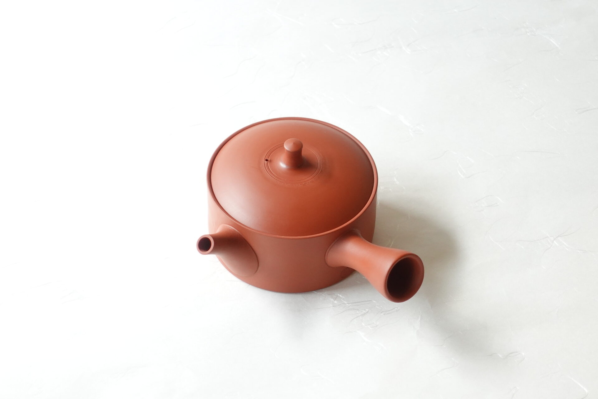 陶器 常滑焼 伝統工芸士 朱泥 急須 鉄分 まろやかな味 お茶の味を引き出す 平たい よりおいしく 甘み 旨味 手づくり 熟練 職人技 洗いやすい 清潔 衛生的 ろくろ目 切立型 丸み やわらかい雰囲気 機能的 シンプル 飽きが来ない 永く使える 逸品 美濃焼 鉄瓶 陶器 漆 漆器 有田焼 金継ぎ 焼き物 食器 陶磁器 伝統工芸品 茶碗 工芸品 九谷焼 南部鉄器 陶芸 陶器市 岐阜 焼き物 磁器 瀬戸物 岐阜県 岐阜市 美殿町６−番地 小林漆陶 漆塗り器 織部焼 小林漆器 箸 金継ぎ お香 食器 茶道具 陶器 美濃焼専門店 お皿 ceramics ih pottery うつわ うつわ屋 お皿屋さん お茶 お茶碗 お箸 かまど この辺に陶器屋さんってあります とうきいち やきもの ガラス工房 ギフト　ギフトショップ マグカップ モダン焼物 レンジできる陶器 切子 南部鉄器 どこ　岐阜市南部鉄器販売店 南部鉄器購入 岐阜県器屋 土鍋 岐阜小洒落たお皿 お椀が出る店 器 塗り物 漆塗り 陶器屋さん 食器屋さん お椀 ひのき 岐阜城周辺茶道具 販売陶器 販売陶器屋さん 陶器店 漆器店 岐阜有名な器屋さん 岐阜県食器売ってるところ 岐阜駅 陶器工芸品店 徳利 売ってる店 急須販売 扇子 抹茶 掛け軸 修復 日本陶瓷 漆器 木の食器 樺細工 江戸切子 食器 漆の器 漆器 うるし 漆器店 漆塗 漆椀 火鉢 灰 美殿町商店街 美濃焼ショップ 岐阜市 湯呑み お店 付近 美濃焼き専門店 美濃焼販売 花瓶 茶器 オンライン輪島塗 なつめ 店近くのガラス屋さん 近くの陶器屋さん 酒器 ガラス 金継ぎ依頼 岐阜鉄器鉄瓶 取扱店 Japanese 陶器 修理 陶器専門店 陶器小売店 岐阜陶器屋 陶器店 陶磁器 陶磁器専門店 陶芸家 おすすめ お店 岐阜食洗機対応 漆椀 Gifu JapanesetablewareJapanesecrafts Japaneseceramics Japanesepottery Handcrafted TraditionalCrafts Japaneseculture Traditionalart Japaneseteautensils TeaCeremony Japaneselacquerware インテリア 一輪挿し 入れ物 陶芸 陶芸皿 陶器いろいろ 陶器店 絵皿 絵柄 オンラインショップ 置物 おひつ オーブントースター 置物スタイリッシュ お皿 オブジェ 置物かわいい お皿陶磁器 お椀陶器 陶器欠損補修 花瓶 貫入 傘立て 陶器花 カップ 花 陶磁器 陶器金継ぎ キャニスター 器 急須 京都 金彩 九州 急須 陶芸食器 コーヒーカップ コップ 小物入れ 皿 ごはん鍋 食洗機 修理 食器 修理金継ぎ 陶器販売 瀬戸物 染付 タンブラー 耐熱陶器 茶碗 近くの陶器店 通販 土物 通販 手作り陶器 陶磁器 鍋