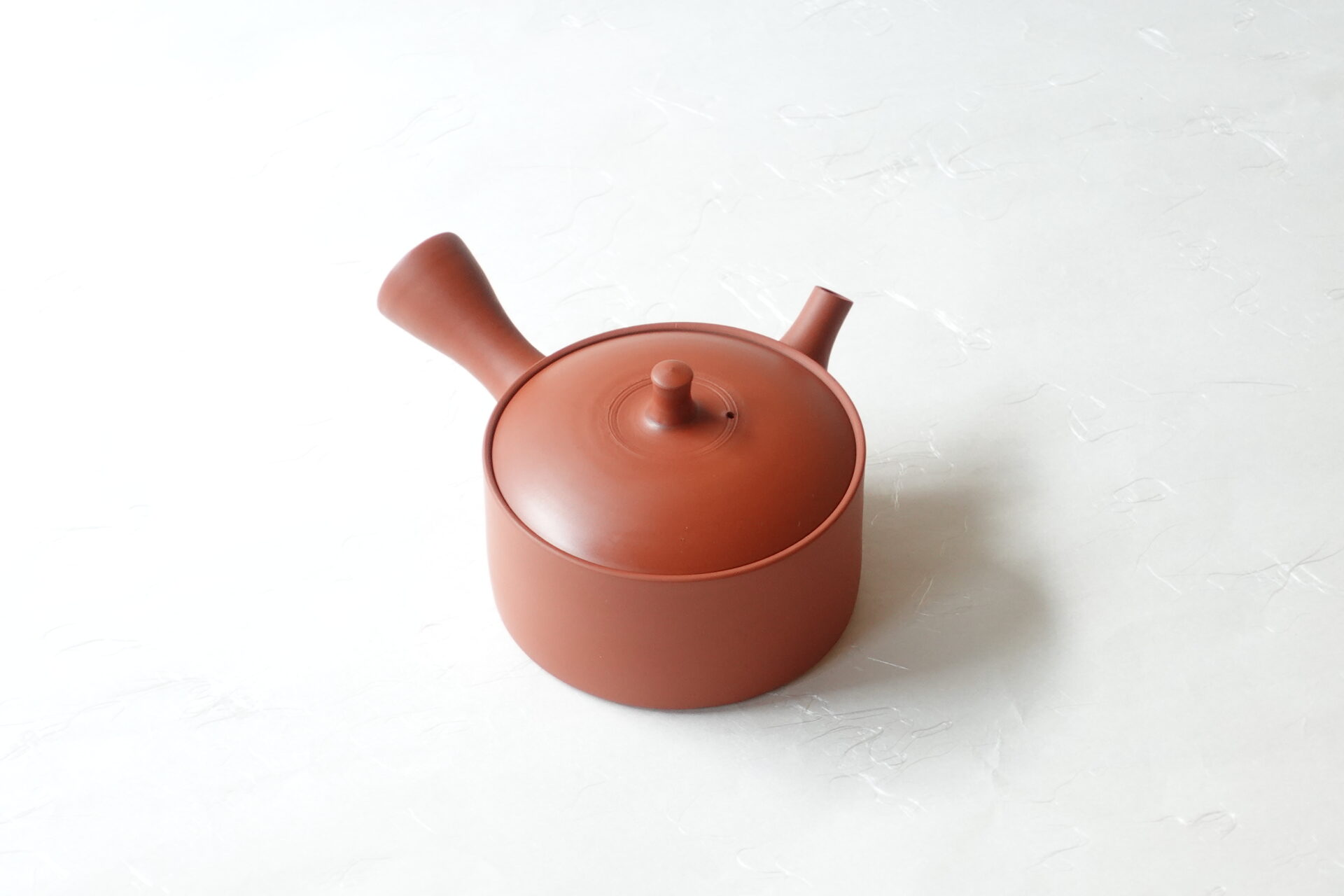 陶器 常滑焼 伝統工芸士 朱泥 急須 鉄分 まろやかな味 お茶の味を引き出す 平たい よりおいしく 甘み 旨味 手づくり 熟練 職人技 洗いやすい 清潔 衛生的 ろくろ目 切立型 丸み やわらかい雰囲気 機能的 シンプル 飽きが来ない 永く使える 逸品 美濃焼 鉄瓶 陶器 漆 漆器 有田焼 金継ぎ 焼き物 食器 陶磁器 伝統工芸品 茶碗 工芸品 九谷焼 南部鉄器 陶芸 陶器市 岐阜 焼き物 磁器 瀬戸物 岐阜県 岐阜市 美殿町６−番地 小林漆陶 漆塗り器 織部焼 小林漆器 箸 金継ぎ お香 食器 茶道具 陶器 美濃焼専門店 お皿 ceramics ih pottery うつわ うつわ屋 お皿屋さん お茶 お茶碗 お箸 かまど この辺に陶器屋さんってあります とうきいち やきもの ガラス工房 ギフト　ギフトショップ マグカップ モダン焼物 レンジできる陶器 切子 南部鉄器 どこ　岐阜市南部鉄器販売店 南部鉄器購入 岐阜県器屋 土鍋 岐阜小洒落たお皿 お椀が出る店 器 塗り物 漆塗り 陶器屋さん 食器屋さん お椀 ひのき 岐阜城周辺茶道具 販売陶器 販売陶器屋さん 陶器店 漆器店 岐阜有名な器屋さん 岐阜県食器売ってるところ 岐阜駅 陶器工芸品店 徳利 売ってる店 急須販売 扇子 抹茶 掛け軸 修復 日本陶瓷 漆器 木の食器 樺細工 江戸切子 食器 漆の器 漆器 うるし 漆器店 漆塗 漆椀 火鉢 灰 美殿町商店街 美濃焼ショップ 岐阜市 湯呑み お店 付近 美濃焼き専門店 美濃焼販売 花瓶 茶器 オンライン輪島塗 なつめ 店近くのガラス屋さん 近くの陶器屋さん 酒器 ガラス 金継ぎ依頼 岐阜鉄器鉄瓶 取扱店 Japanese 陶器 修理 陶器専門店 陶器小売店 岐阜陶器屋 陶器店 陶磁器 陶磁器専門店 陶芸家 おすすめ お店 岐阜食洗機対応 漆椀 Gifu JapanesetablewareJapanesecrafts Japaneseceramics Japanesepottery Handcrafted TraditionalCrafts Japaneseculture Traditionalart Japaneseteautensils TeaCeremony Japaneselacquerware インテリア 一輪挿し 入れ物 陶芸 陶芸皿 陶器いろいろ 陶器店 絵皿 絵柄 オンラインショップ 置物 おひつ オーブントースター 置物スタイリッシュ お皿 オブジェ 置物かわいい お皿陶磁器 お椀陶器 陶器欠損補修 花瓶 貫入 傘立て 陶器花 カップ 花 陶磁器 陶器金継ぎ キャニスター 器 急須 京都 金彩 九州 急須 陶芸食器 コーヒーカップ コップ 小物入れ 皿 ごはん鍋 食洗機 修理 食器 修理金継ぎ 陶器販売 瀬戸物 染付 タンブラー 耐熱陶器 茶碗 近くの陶器店 通販 土物 通販 手作り陶器 陶磁器 鍋