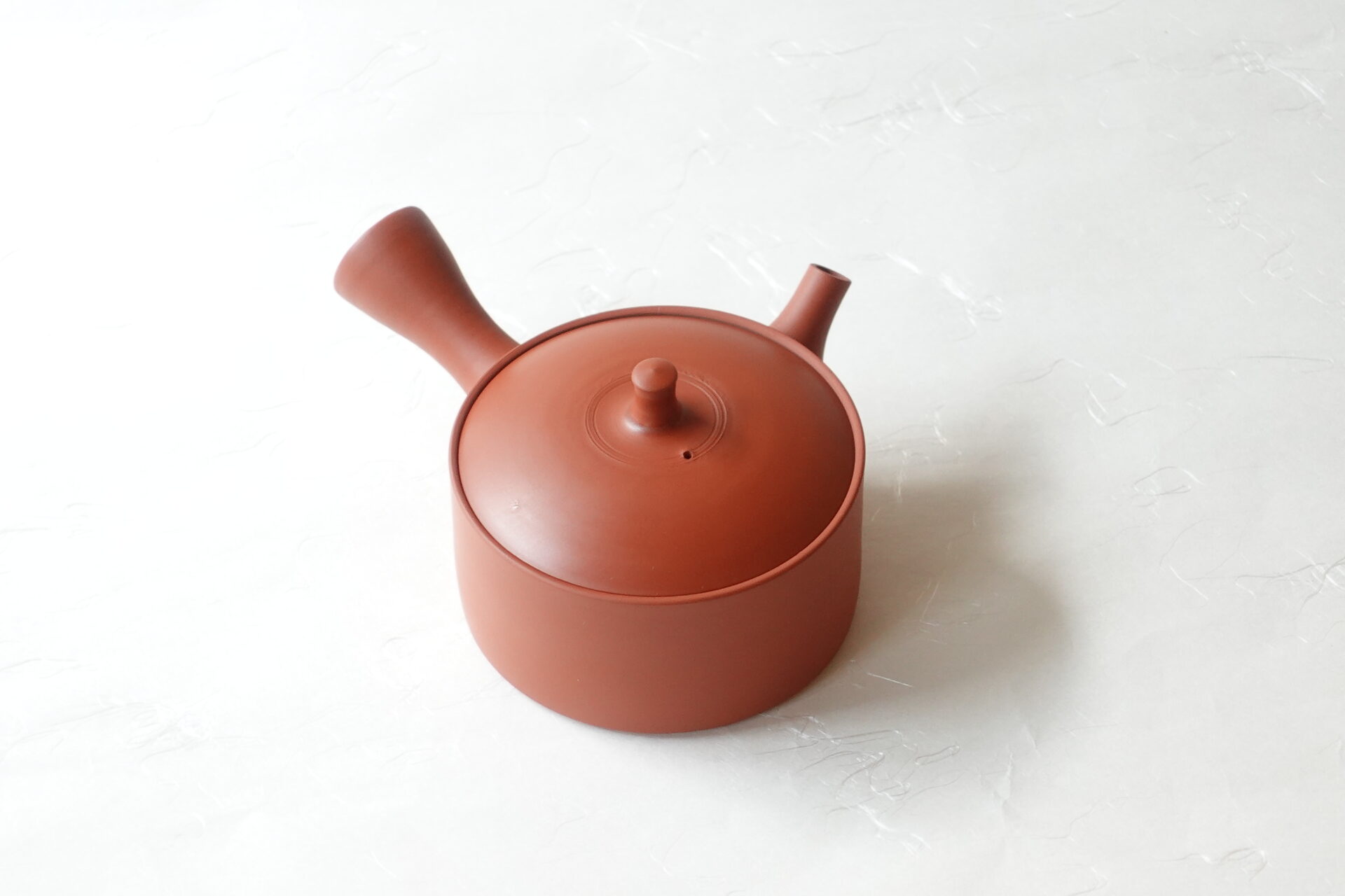 陶器 常滑焼 伝統工芸士 朱泥 急須 鉄分 まろやかな味 お茶の味を引き出す 平たい よりおいしく 甘み 旨味 手づくり 熟練 職人技 洗いやすい 清潔 衛生的 ろくろ目 切立型 丸み やわらかい雰囲気 機能的 シンプル 飽きが来ない 永く使える 逸品 美濃焼 鉄瓶 陶器 漆 漆器 有田焼 金継ぎ 焼き物 食器 陶磁器 伝統工芸品 茶碗 工芸品 九谷焼 南部鉄器 陶芸 陶器市 岐阜 焼き物 磁器 瀬戸物 岐阜県 岐阜市 美殿町６−番地 小林漆陶 漆塗り器 織部焼 小林漆器 箸 金継ぎ お香 食器 茶道具 陶器 美濃焼専門店 お皿 ceramics ih pottery うつわ うつわ屋 お皿屋さん お茶 お茶碗 お箸 かまど この辺に陶器屋さんってあります とうきいち やきもの ガラス工房 ギフト　ギフトショップ マグカップ モダン焼物 レンジできる陶器 切子 南部鉄器 どこ　岐阜市南部鉄器販売店 南部鉄器購入 岐阜県器屋 土鍋 岐阜小洒落たお皿 お椀が出る店 器 塗り物 漆塗り 陶器屋さん 食器屋さん お椀 ひのき 岐阜城周辺茶道具 販売陶器 販売陶器屋さん 陶器店 漆器店 岐阜有名な器屋さん 岐阜県食器売ってるところ 岐阜駅 陶器工芸品店 徳利 売ってる店 急須販売 扇子 抹茶 掛け軸 修復 日本陶瓷 漆器 木の食器 樺細工 江戸切子 食器 漆の器 漆器 うるし 漆器店 漆塗 漆椀 火鉢 灰 美殿町商店街 美濃焼ショップ 岐阜市 湯呑み お店 付近 美濃焼き専門店 美濃焼販売 花瓶 茶器 オンライン輪島塗 なつめ 店近くのガラス屋さん 近くの陶器屋さん 酒器 ガラス 金継ぎ依頼 岐阜鉄器鉄瓶 取扱店 Japanese 陶器 修理 陶器専門店 陶器小売店 岐阜陶器屋 陶器店 陶磁器 陶磁器専門店 陶芸家 おすすめ お店 岐阜食洗機対応 漆椀 Gifu JapanesetablewareJapanesecrafts Japaneseceramics Japanesepottery Handcrafted TraditionalCrafts Japaneseculture Traditionalart Japaneseteautensils TeaCeremony Japaneselacquerware インテリア 一輪挿し 入れ物 陶芸 陶芸皿 陶器いろいろ 陶器店 絵皿 絵柄 オンラインショップ 置物 おひつ オーブントースター 置物スタイリッシュ お皿 オブジェ 置物かわいい お皿陶磁器 お椀陶器 陶器欠損補修 花瓶 貫入 傘立て 陶器花 カップ 花 陶磁器 陶器金継ぎ キャニスター 器 急須 京都 金彩 九州 急須 陶芸食器 コーヒーカップ コップ 小物入れ 皿 ごはん鍋 食洗機 修理 食器 修理金継ぎ 陶器販売 瀬戸物 染付 タンブラー 耐熱陶器 茶碗 近くの陶器店 通販 土物 通販 手作り陶器 陶磁器 鍋