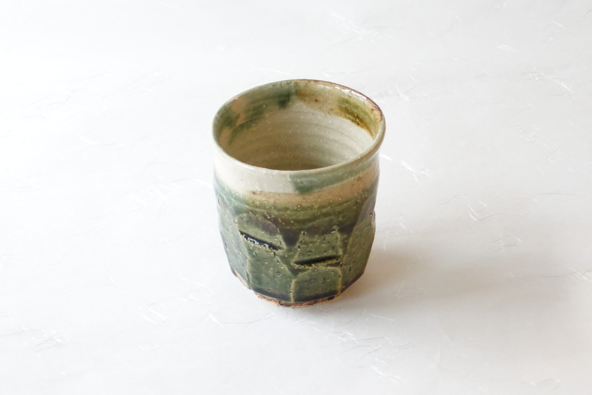 陶器 美濃焼 手づくり 湯呑 ろくろ成形 織部 削ぎ 力強い 荒々しさ ろくろ目 大ぶり たっぷり 楽しむ 口当たりが良い 飲みやすい 土もの 美濃焼 鉄瓶 陶器 漆 漆器 有田焼 金継ぎ 焼き物 食器 陶磁器 伝統工芸品 茶碗 工芸品 九谷焼 南部鉄器 陶芸 陶器市 岐阜 焼き物 磁器 瀬戸物 岐阜県 岐阜市 美殿町６−番地 小林漆陶 漆塗り器 織部焼 小林漆器 箸 金継ぎ お香 食器 茶道具 陶器 美濃焼専門店 お皿 ceramics ih pottery うつわ うつわ屋 お皿屋さん お茶 お茶碗 お箸 かまど この辺に陶器屋さんってあります とうきいち やきもの ガラス工房 ギフト　ギフトショップ マグカップ モダン焼物 レンジできる陶器 切子 南部鉄器 どこ　岐阜市南部鉄器販売店 南部鉄器購入 岐阜県器屋 土鍋 岐阜小洒落たお皿 お椀が出る店 器 塗り物 漆塗り 陶器屋さん 食器屋さん お椀 ひのき 岐阜城周辺茶道具 販売陶器 販売陶器屋さん 陶器店 漆器店 岐阜有名な器屋さん 岐阜県食器売ってるところ 岐阜駅 陶器工芸品店 徳利 売ってる店 急須販売 扇子 抹茶 掛け軸 修復 日本陶瓷 漆器 木の食器 樺細工 江戸切子 食器 漆の器 漆器 うるし 漆器店 漆塗 漆椀 火鉢 灰 美殿町商店街 美濃焼ショップ 岐阜市 湯呑み お店 付近 美濃焼き専門店 美濃焼販売 花瓶 茶器 オンライン輪島塗 なつめ 店近くのガラス屋さん 近くの陶器屋さん 酒器 ガラス 金継ぎ依頼 岐阜鉄器鉄瓶 取扱店 Japanese 陶器 修理 陶器専門店 陶器小売店 岐阜陶器屋 陶器店 陶磁器 陶磁器専門店 陶芸家 おすすめ お店 岐阜食洗機対応 漆椀 Gifu JapanesetablewareJapanesecrafts Japaneseceramics Japanesepottery Handcrafted TraditionalCrafts Japaneseculture Traditionalart Japaneseteautensils TeaCeremony Japaneselacquerware インテリア 一輪挿し 入れ物 陶芸 陶芸皿 陶器いろいろ 陶器店 絵皿 絵柄 オンラインショップ 置物 おひつ オーブントースター 置物スタイリッシュ お皿 オブジェ 置物かわいい お皿陶磁器 お椀陶器 陶器欠損補修 花瓶 貫入 傘立て 陶器花 カップ 花 陶磁器 陶器金継ぎ キャニスター 器 急須 京都 金彩 九州 急須 陶芸食器 コーヒーカップ コップ 小物入れ 皿 ごはん鍋 食洗機 修理 食器 修理金継ぎ 陶器販売 瀬戸物 染付 タンブラー 耐熱陶器 茶碗 近くの陶器店 通販 土物 通販 手作り陶器 陶磁器 鍋