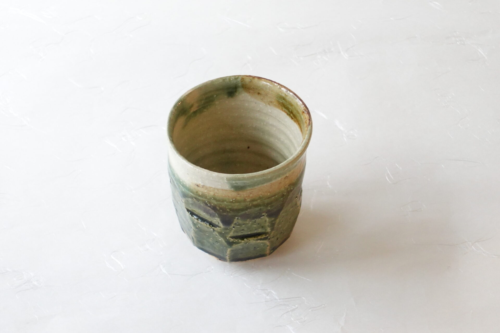 陶器 美濃焼 手づくり 湯呑 ろくろ成形 織部 削ぎ 力強い 荒々しさ ろくろ目 大ぶり たっぷり 楽しむ 口当たりが良い 飲みやすい 土もの 美濃焼 鉄瓶 陶器 漆 漆器 有田焼 金継ぎ 焼き物 食器 陶磁器 伝統工芸品 茶碗 工芸品 九谷焼 南部鉄器 陶芸 陶器市 岐阜 焼き物 磁器 瀬戸物 岐阜県 岐阜市 美殿町６−番地 小林漆陶 漆塗り器 織部焼 小林漆器 箸 金継ぎ お香 食器 茶道具 陶器 美濃焼専門店 お皿 ceramics ih pottery うつわ うつわ屋 お皿屋さん お茶 お茶碗 お箸 かまど この辺に陶器屋さんってあります とうきいち やきもの ガラス工房 ギフト　ギフトショップ マグカップ モダン焼物 レンジできる陶器 切子 南部鉄器 どこ　岐阜市南部鉄器販売店 南部鉄器購入 岐阜県器屋 土鍋 岐阜小洒落たお皿 お椀が出る店 器 塗り物 漆塗り 陶器屋さん 食器屋さん お椀 ひのき 岐阜城周辺茶道具 販売陶器 販売陶器屋さん 陶器店 漆器店 岐阜有名な器屋さん 岐阜県食器売ってるところ 岐阜駅 陶器工芸品店 徳利 売ってる店 急須販売 扇子 抹茶 掛け軸 修復 日本陶瓷 漆器 木の食器 樺細工 江戸切子 食器 漆の器 漆器 うるし 漆器店 漆塗 漆椀 火鉢 灰 美殿町商店街 美濃焼ショップ 岐阜市 湯呑み お店 付近 美濃焼き専門店 美濃焼販売 花瓶 茶器 オンライン輪島塗 なつめ 店近くのガラス屋さん 近くの陶器屋さん 酒器 ガラス 金継ぎ依頼 岐阜鉄器鉄瓶 取扱店 Japanese 陶器 修理 陶器専門店 陶器小売店 岐阜陶器屋 陶器店 陶磁器 陶磁器専門店 陶芸家 おすすめ お店 岐阜食洗機対応 漆椀 Gifu JapanesetablewareJapanesecrafts Japaneseceramics Japanesepottery Handcrafted TraditionalCrafts Japaneseculture Traditionalart Japaneseteautensils TeaCeremony Japaneselacquerware インテリア 一輪挿し 入れ物 陶芸 陶芸皿 陶器いろいろ 陶器店 絵皿 絵柄 オンラインショップ 置物 おひつ オーブントースター 置物スタイリッシュ お皿 オブジェ 置物かわいい お皿陶磁器 お椀陶器 陶器欠損補修 花瓶 貫入 傘立て 陶器花 カップ 花 陶磁器 陶器金継ぎ キャニスター 器 急須 京都 金彩 九州 急須 陶芸食器 コーヒーカップ コップ 小物入れ 皿 ごはん鍋 食洗機 修理 食器 修理金継ぎ 陶器販売 瀬戸物 染付 タンブラー 耐熱陶器 茶碗 近くの陶器店 通販 土物 通販 手作り陶器 陶磁器 鍋