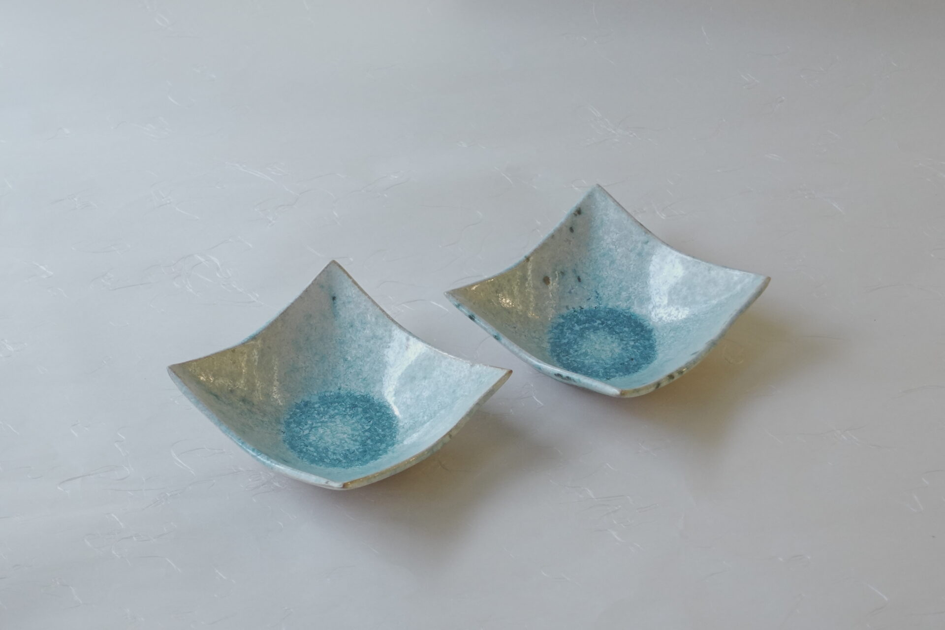 有田焼 陶器 中尾哲彰 角皿 小鉢 ペア 銀河釉 ブルー 結晶 きれい 布目 手間 スタイリッシュ 洒落た 実用性 手づくり 美濃焼 鉄瓶 陶器 漆 漆器 有田焼 金継ぎ 焼き物 食器 陶磁器 伝統工芸品 茶碗 工芸品 九谷焼 南部鉄器 陶芸 陶器市 岐阜 焼き物 磁器 瀬戸物 岐阜県 岐阜市 美殿町６−番地 小林漆陶 漆塗り器 織部焼 小林漆器 箸 金継ぎ お香 食器 茶道具 陶器 美濃焼専門店 お皿 ceramics ih pottery うつわ うつわ屋 お皿屋さん お茶 お茶碗 お箸 かまど この辺に陶器屋さんってあります とうきいち やきもの ガラス工房 ギフト　ギフトショップ マグカップ モダン焼物 レンジできる陶器 切子 南部鉄器 どこ　岐阜市南部鉄器販売店 南部鉄器購入 岐阜県器屋 土鍋 岐阜小洒落たお皿 お椀が出る店 器 塗り物 漆塗り 陶器屋さん 食器屋さん お椀 ひのき 岐阜城周辺茶道具 販売陶器 販売陶器屋さん 陶器店 漆器店 岐阜有名な器屋さん 岐阜県食器売ってるところ 岐阜駅 陶器工芸品店 徳利 売ってる店 急須販売 扇子 抹茶 掛け軸 修復 日本陶瓷 漆器 木の食器 樺細工 江戸切子 食器 漆の器 漆器 うるし 漆器店 漆塗 漆椀 火鉢 灰 美殿町商店街 美濃焼ショップ 岐阜市 湯呑み お店 付近 美濃焼き専門店 美濃焼販売 花瓶 茶器 オンライン輪島塗 なつめ 店近くのガラス屋さん 近くの陶器屋さん 酒器 ガラス 金継ぎ依頼 岐阜鉄器鉄瓶 取扱店 Japanese 陶器 修理 陶器専門店 陶器小売店 岐阜陶器屋 陶器店 陶磁器 陶磁器専門店 陶芸家 おすすめ お店 岐阜食洗機対応 漆椀 Gifu JapanesetablewareJapanesecrafts Japaneseceramics Japanesepottery Handcrafted TraditionalCrafts Japaneseculture Traditionalart Japaneseteautensils TeaCeremony Japaneselacquerware インテリア 一輪挿し 入れ物 陶芸 陶芸皿 陶器いろいろ 陶器店 絵皿 絵柄 オンラインショップ 置物 おひつ オーブントースター 置物スタイリッシュ お皿 オブジェ 置物かわいい お皿陶磁器 お椀陶器 陶器欠損補修 花瓶 貫入 傘立て 陶器花 カップ 花 陶磁器 陶器金継ぎ キャニスター 器 急須 京都 金彩 九州 急須 陶芸食器 コーヒーカップ コップ 小物入れ 皿 ごはん鍋 食洗機 修理 食器 修理金継ぎ 陶器販売 瀬戸物 染付 タンブラー 耐熱陶器 茶碗 近くの陶器店 通販 土物 通販 手作り陶器 陶磁器 鍋