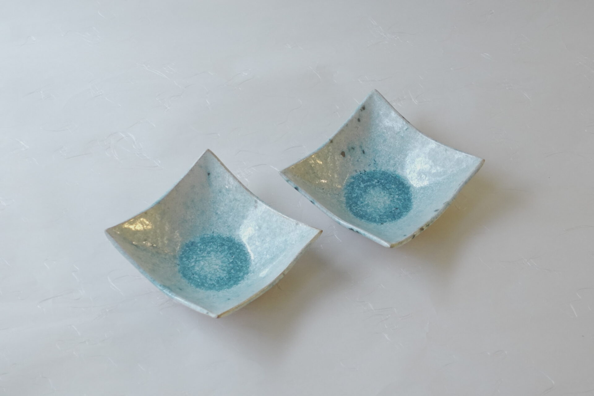 有田焼 陶器 中尾哲彰 角皿 小鉢 ペア 銀河釉 ブルー 結晶 きれい 布目 手間 スタイリッシュ 洒落た 実用性 手づくり 美濃焼 鉄瓶 陶器 漆 漆器 有田焼 金継ぎ 焼き物 食器 陶磁器 伝統工芸品 茶碗 工芸品 九谷焼 南部鉄器 陶芸 陶器市 岐阜 焼き物 磁器 瀬戸物 岐阜県 岐阜市 美殿町６−番地 小林漆陶 漆塗り器 織部焼 小林漆器 箸 金継ぎ お香 食器 茶道具 陶器 美濃焼専門店 お皿 ceramics ih pottery うつわ うつわ屋 お皿屋さん お茶 お茶碗 お箸 かまど この辺に陶器屋さんってあります とうきいち やきもの ガラス工房 ギフト　ギフトショップ マグカップ モダン焼物 レンジできる陶器 切子 南部鉄器 どこ　岐阜市南部鉄器販売店 南部鉄器購入 岐阜県器屋 土鍋 岐阜小洒落たお皿 お椀が出る店 器 塗り物 漆塗り 陶器屋さん 食器屋さん お椀 ひのき 岐阜城周辺茶道具 販売陶器 販売陶器屋さん 陶器店 漆器店 岐阜有名な器屋さん 岐阜県食器売ってるところ 岐阜駅 陶器工芸品店 徳利 売ってる店 急須販売 扇子 抹茶 掛け軸 修復 日本陶瓷 漆器 木の食器 樺細工 江戸切子 食器 漆の器 漆器 うるし 漆器店 漆塗 漆椀 火鉢 灰 美殿町商店街 美濃焼ショップ 岐阜市 湯呑み お店 付近 美濃焼き専門店 美濃焼販売 花瓶 茶器 オンライン輪島塗 なつめ 店近くのガラス屋さん 近くの陶器屋さん 酒器 ガラス 金継ぎ依頼 岐阜鉄器鉄瓶 取扱店 Japanese 陶器 修理 陶器専門店 陶器小売店 岐阜陶器屋 陶器店 陶磁器 陶磁器専門店 陶芸家 おすすめ お店 岐阜食洗機対応 漆椀 Gifu JapanesetablewareJapanesecrafts Japaneseceramics Japanesepottery Handcrafted TraditionalCrafts Japaneseculture Traditionalart Japaneseteautensils TeaCeremony Japaneselacquerware インテリア 一輪挿し 入れ物 陶芸 陶芸皿 陶器いろいろ 陶器店 絵皿 絵柄 オンラインショップ 置物 おひつ オーブントースター 置物スタイリッシュ お皿 オブジェ 置物かわいい お皿陶磁器 お椀陶器 陶器欠損補修 花瓶 貫入 傘立て 陶器花 カップ 花 陶磁器 陶器金継ぎ キャニスター 器 急須 京都 金彩 九州 急須 陶芸食器 コーヒーカップ コップ 小物入れ 皿 ごはん鍋 食洗機 修理 食器 修理金継ぎ 陶器販売 瀬戸物 染付 タンブラー 耐熱陶器 茶碗 近くの陶器店 通販 土物 通販 手作り陶器 陶磁器 鍋