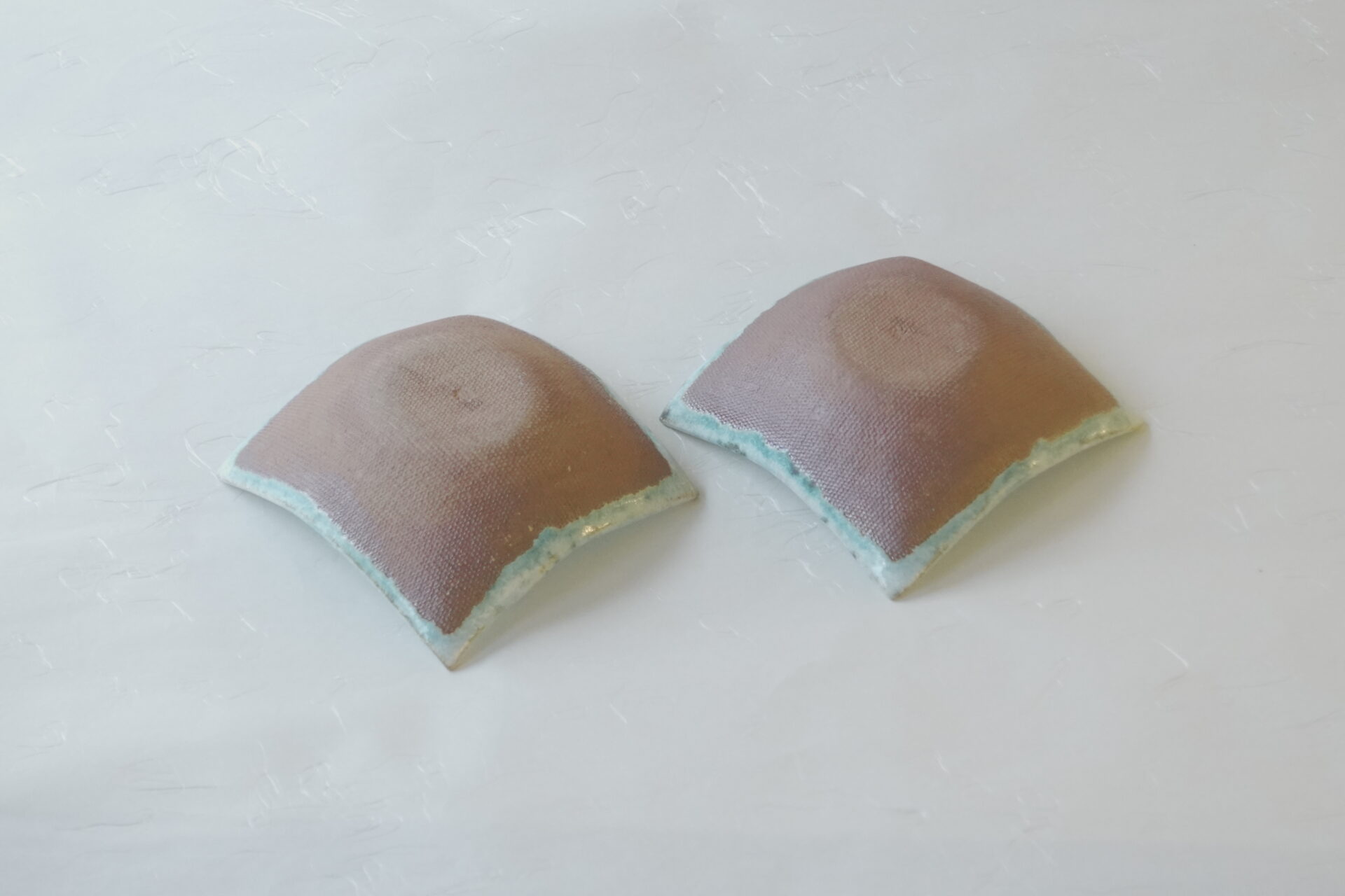 有田焼 陶器 中尾哲彰 角皿 小鉢 ペア 銀河釉 ブルー 結晶 きれい 布目 手間 スタイリッシュ 洒落た 実用性 手づくり 美濃焼 鉄瓶 陶器 漆 漆器 有田焼 金継ぎ 焼き物 食器 陶磁器 伝統工芸品 茶碗 工芸品 九谷焼 南部鉄器 陶芸 陶器市 岐阜 焼き物 磁器 瀬戸物 岐阜県 岐阜市 美殿町６−番地 小林漆陶 漆塗り器 織部焼 小林漆器 箸 金継ぎ お香 食器 茶道具 陶器 美濃焼専門店 お皿 ceramics ih pottery うつわ うつわ屋 お皿屋さん お茶 お茶碗 お箸 かまど この辺に陶器屋さんってあります とうきいち やきもの ガラス工房 ギフト　ギフトショップ マグカップ モダン焼物 レンジできる陶器 切子 南部鉄器 どこ　岐阜市南部鉄器販売店 南部鉄器購入 岐阜県器屋 土鍋 岐阜小洒落たお皿 お椀が出る店 器 塗り物 漆塗り 陶器屋さん 食器屋さん お椀 ひのき 岐阜城周辺茶道具 販売陶器 販売陶器屋さん 陶器店 漆器店 岐阜有名な器屋さん 岐阜県食器売ってるところ 岐阜駅 陶器工芸品店 徳利 売ってる店 急須販売 扇子 抹茶 掛け軸 修復 日本陶瓷 漆器 木の食器 樺細工 江戸切子 食器 漆の器 漆器 うるし 漆器店 漆塗 漆椀 火鉢 灰 美殿町商店街 美濃焼ショップ 岐阜市 湯呑み お店 付近 美濃焼き専門店 美濃焼販売 花瓶 茶器 オンライン輪島塗 なつめ 店近くのガラス屋さん 近くの陶器屋さん 酒器 ガラス 金継ぎ依頼 岐阜鉄器鉄瓶 取扱店 Japanese 陶器 修理 陶器専門店 陶器小売店 岐阜陶器屋 陶器店 陶磁器 陶磁器専門店 陶芸家 おすすめ お店 岐阜食洗機対応 漆椀 Gifu JapanesetablewareJapanesecrafts Japaneseceramics Japanesepottery Handcrafted TraditionalCrafts Japaneseculture Traditionalart Japaneseteautensils TeaCeremony Japaneselacquerware インテリア 一輪挿し 入れ物 陶芸 陶芸皿 陶器いろいろ 陶器店 絵皿 絵柄 オンラインショップ 置物 おひつ オーブントースター 置物スタイリッシュ お皿 オブジェ 置物かわいい お皿陶磁器 お椀陶器 陶器欠損補修 花瓶 貫入 傘立て 陶器花 カップ 花 陶磁器 陶器金継ぎ キャニスター 器 急須 京都 金彩 九州 急須 陶芸食器 コーヒーカップ コップ 小物入れ 皿 ごはん鍋 食洗機 修理 食器 修理金継ぎ 陶器販売 瀬戸物 染付 タンブラー 耐熱陶器 茶碗 近くの陶器店 通販 土物 通販 手作り陶器 陶磁器 鍋