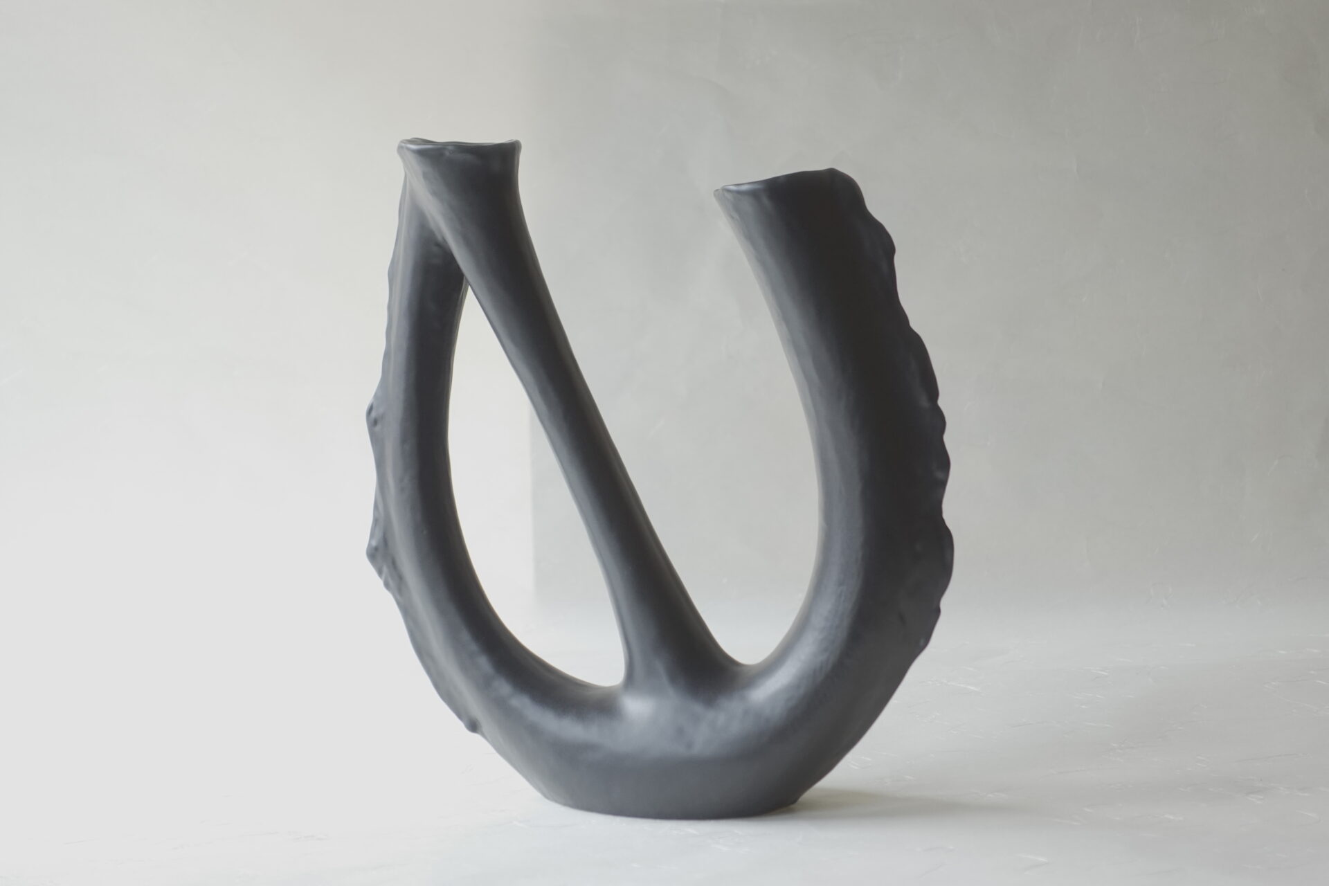 陶器 信楽焼 変形 花器 黒 シンプル 花入れ 土味 手づくり 花を活ける 自由度 花を引き立てる 美濃焼 鉄瓶 陶器 漆 漆器 有田焼 金継ぎ 焼き物 食器 陶磁器 伝統工芸品 茶碗 工芸品 九谷焼 南部鉄器 陶芸 陶器市 岐阜 焼き物 磁器 瀬戸物 岐阜県 岐阜市 美殿町６−番地 小林漆陶 漆塗り器 織部焼 小林漆器 箸 金継ぎ お香 食器 茶道具 陶器 美濃焼専門店 お皿 ceramics ih pottery うつわ うつわ屋 お皿屋さん お茶 お茶碗 お箸 かまど この辺に陶器屋さんってあります とうきいち やきもの ガラス工房 ギフト　ギフトショップ マグカップ モダン焼物 レンジできる陶器 切子 南部鉄器 どこ　岐阜市南部鉄器販売店 南部鉄器購入 岐阜県器屋 土鍋 岐阜小洒落たお皿 お椀が出る店 器 塗り物 漆塗り 陶器屋さん 食器屋さん お椀 ひのき 岐阜城周辺茶道具 販売陶器 販売陶器屋さん 陶器店 漆器店 岐阜有名な器屋さん 岐阜県食器売ってるところ 岐阜駅 陶器工芸品店 徳利 売ってる店 急須販売 扇子 抹茶 掛け軸 修復 日本陶瓷 漆器 木の食器 樺細工 江戸切子 食器 漆の器 漆器 うるし 漆器店 漆塗 漆椀 火鉢 灰 美殿町商店街 美濃焼ショップ 岐阜市 湯呑み お店 付近 美濃焼き専門店 美濃焼販売 花瓶 茶器 オンライン輪島塗 なつめ 店近くのガラス屋さん 近くの陶器屋さん 酒器 ガラス 金継ぎ依頼 岐阜鉄器鉄瓶 取扱店 Japanese 陶器 修理 陶器専門店 陶器小売店 岐阜陶器屋 陶器店 陶磁器 陶磁器専門店 陶芸家 おすすめ お店 岐阜食洗機対応 漆椀 Gifu JapanesetablewareJapanesecrafts Japaneseceramics Japanesepottery Handcrafted TraditionalCrafts Japaneseculture Traditionalart Japaneseteautensils TeaCeremony Japaneselacquerware インテリア 一輪挿し 入れ物 陶芸 陶芸皿 陶器いろいろ 陶器店 絵皿 絵柄 オンラインショップ 置物 おひつ オーブントースター 置物スタイリッシュ お皿 オブジェ 置物かわいい お皿陶磁器 お椀陶器 陶器欠損補修 花瓶 貫入 傘立て 陶器花 カップ 花 陶磁器 陶器金継ぎ キャニスター 器 急須 京都 金彩 九州 急須 陶芸食器 コーヒーカップ コップ 小物入れ 皿 ごはん鍋 食洗機 修理 食器 修理金継ぎ 陶器販売 瀬戸物 染付 タンブラー 耐熱陶器 茶碗 近くの陶器店 通販 土物 通販 手作り陶器 陶磁器 鍋