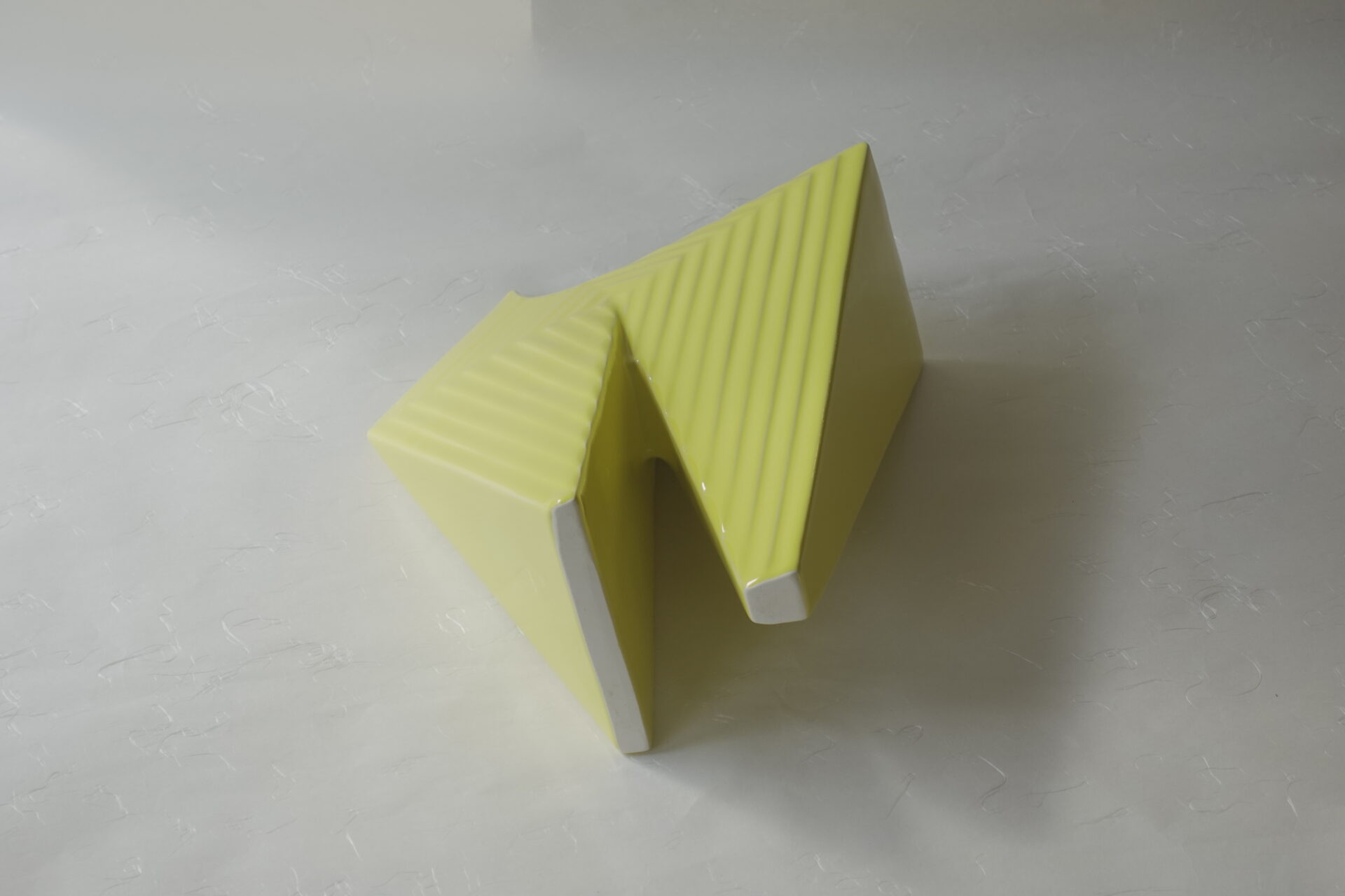 陶器 信楽焼 変形 花器 三角形 立体的 生け花 様々なバリエーション 花を活ける 黄 シンプル 花を引き立てる 明るい雰囲気 飽きが来ない 永く使える 美濃焼 鉄瓶 陶器 漆 漆器 有田焼 金継ぎ 焼き物 食器 陶磁器 伝統工芸品 茶碗 工芸品 九谷焼 南部鉄器 陶芸 陶器市 岐阜 焼き物 磁器 瀬戸物 岐阜県 岐阜市 美殿町６−番地 小林漆陶 漆塗り器 織部焼 小林漆器 箸 金継ぎ お香 食器 茶道具 陶器 美濃焼専門店 お皿 ceramics ih pottery うつわ うつわ屋 お皿屋さん お茶 お茶碗 お箸 かまど この辺に陶器屋さんってあります とうきいち やきもの ガラス工房 ギフト　ギフトショップ マグカップ モダン焼物 レンジできる陶器 切子 南部鉄器 どこ　岐阜市南部鉄器販売店 南部鉄器購入 岐阜県器屋 土鍋 岐阜小洒落たお皿 お椀が出る店 器 塗り物 漆塗り 陶器屋さん 食器屋さん お椀 ひのき 岐阜城周辺茶道具 販売陶器 販売陶器屋さん 陶器店 漆器店 岐阜有名な器屋さん 岐阜県食器売ってるところ 岐阜駅 陶器工芸品店 徳利 売ってる店 急須販売 扇子 抹茶 掛け軸 修復 日本陶瓷 漆器 木の食器 樺細工 江戸切子 食器 漆の器 漆器 うるし 漆器店 漆塗 漆椀 火鉢 灰 美殿町商店街 美濃焼ショップ 岐阜市 湯呑み お店 付近 美濃焼き専門店 美濃焼販売 花瓶 茶器 オンライン輪島塗 なつめ 店近くのガラス屋さん 近くの陶器屋さん 酒器 ガラス 金継ぎ依頼 岐阜鉄器鉄瓶 取扱店 Japanese 陶器 修理 陶器専門店 陶器小売店 岐阜陶器屋 陶器店 陶磁器 陶磁器専門店 陶芸家 おすすめ お店 岐阜食洗機対応 漆椀 Gifu JapanesetablewareJapanesecrafts Japaneseceramics Japanesepottery Handcrafted TraditionalCrafts Japaneseculture Traditionalart Japaneseteautensils TeaCeremony Japaneselacquerware インテリア 一輪挿し 入れ物 陶芸 陶芸皿 陶器いろいろ 陶器店 絵皿 絵柄 オンラインショップ 置物 おひつ オーブントースター 置物スタイリッシュ お皿 オブジェ 置物かわいい お皿陶磁器 お椀陶器 陶器欠損補修 花瓶 貫入 傘立て 陶器花 カップ 花 陶磁器 陶器金継ぎ キャニスター 器 急須 京都 金彩 九州 急須 陶芸食器 コーヒーカップ コップ 小物入れ 皿 ごはん鍋 食洗機 修理 食器 修理金継ぎ 陶器販売 瀬戸物 染付 タンブラー 耐熱陶器 茶碗 近くの陶器店 通販 土物 通販 手作り陶器 陶磁器 鍋