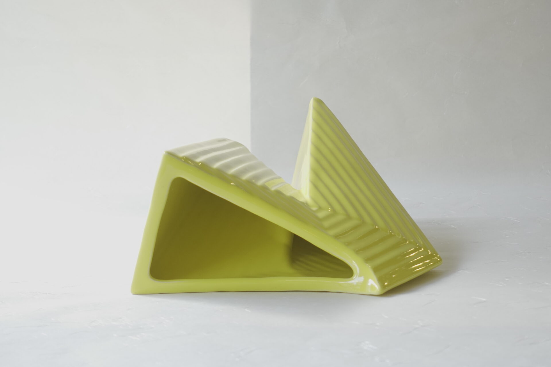 陶器 信楽焼 変形 花器 三角形 立体的 生け花 様々なバリエーション 花を活ける 黄 シンプル 花を引き立てる 明るい雰囲気 飽きが来ない 永く使える 美濃焼 鉄瓶 陶器 漆 漆器 有田焼 金継ぎ 焼き物 食器 陶磁器 伝統工芸品 茶碗 工芸品 九谷焼 南部鉄器 陶芸 陶器市 岐阜 焼き物 磁器 瀬戸物 岐阜県 岐阜市 美殿町６−番地 小林漆陶 漆塗り器 織部焼 小林漆器 箸 金継ぎ お香 食器 茶道具 陶器 美濃焼専門店 お皿 ceramics ih pottery うつわ うつわ屋 お皿屋さん お茶 お茶碗 お箸 かまど この辺に陶器屋さんってあります とうきいち やきもの ガラス工房 ギフト　ギフトショップ マグカップ モダン焼物 レンジできる陶器 切子 南部鉄器 どこ　岐阜市南部鉄器販売店 南部鉄器購入 岐阜県器屋 土鍋 岐阜小洒落たお皿 お椀が出る店 器 塗り物 漆塗り 陶器屋さん 食器屋さん お椀 ひのき 岐阜城周辺茶道具 販売陶器 販売陶器屋さん 陶器店 漆器店 岐阜有名な器屋さん 岐阜県食器売ってるところ 岐阜駅 陶器工芸品店 徳利 売ってる店 急須販売 扇子 抹茶 掛け軸 修復 日本陶瓷 漆器 木の食器 樺細工 江戸切子 食器 漆の器 漆器 うるし 漆器店 漆塗 漆椀 火鉢 灰 美殿町商店街 美濃焼ショップ 岐阜市 湯呑み お店 付近 美濃焼き専門店 美濃焼販売 花瓶 茶器 オンライン輪島塗 なつめ 店近くのガラス屋さん 近くの陶器屋さん 酒器 ガラス 金継ぎ依頼 岐阜鉄器鉄瓶 取扱店 Japanese 陶器 修理 陶器専門店 陶器小売店 岐阜陶器屋 陶器店 陶磁器 陶磁器専門店 陶芸家 おすすめ お店 岐阜食洗機対応 漆椀 Gifu JapanesetablewareJapanesecrafts Japaneseceramics Japanesepottery Handcrafted TraditionalCrafts Japaneseculture Traditionalart Japaneseteautensils TeaCeremony Japaneselacquerware インテリア 一輪挿し 入れ物 陶芸 陶芸皿 陶器いろいろ 陶器店 絵皿 絵柄 オンラインショップ 置物 おひつ オーブントースター 置物スタイリッシュ お皿 オブジェ 置物かわいい お皿陶磁器 お椀陶器 陶器欠損補修 花瓶 貫入 傘立て 陶器花 カップ 花 陶磁器 陶器金継ぎ キャニスター 器 急須 京都 金彩 九州 急須 陶芸食器 コーヒーカップ コップ 小物入れ 皿 ごはん鍋 食洗機 修理 食器 修理金継ぎ 陶器販売 瀬戸物 染付 タンブラー 耐熱陶器 茶碗 近くの陶器店 通販 土物 通販 手作り陶器 陶磁器 鍋