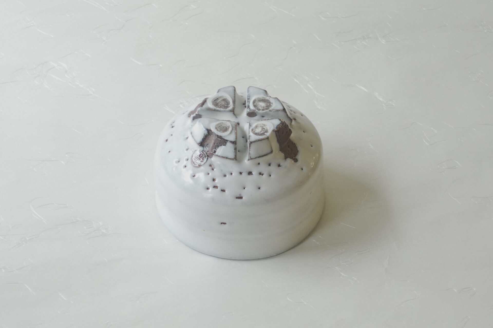 茶道茶の湯茶道具萩焼手づくり抹茶碗 ろくろ成形 ろくろ目 飲みやすい 十文字高台 どっしり 存在感 力強い 美濃焼 鉄瓶 陶器 漆 漆器 有田焼 金継ぎ 焼き物 食器 陶磁器 伝統工芸品 茶碗 工芸品 九谷焼 南部鉄器 陶芸 陶器市 岐阜 焼き物 磁器 瀬戸物 岐阜県 岐阜市 美殿町６−番地 小林漆陶 漆塗り器 織部焼 小林漆器 箸 金継ぎ お香 食器 茶道具 陶器 美濃焼専門店 お皿 ceramics ih pottery うつわ うつわ屋 お皿屋さん お茶 お茶碗 お箸 かまど この辺に陶器屋さんってあります とうきいち やきもの ガラス工房 ギフト　ギフトショップ マグカップ モダン焼物 レンジできる陶器 切子 南部鉄器 どこ　岐阜市南部鉄器販売店 南部鉄器購入 岐阜県器屋 土鍋 岐阜小洒落たお皿 お椀が出る店 器 塗り物 漆塗り 陶器屋さん 食器屋さん お椀 ひのき 岐阜城周辺茶道具 販売陶器 販売陶器屋さん 陶器店 漆器店 岐阜有名な器屋さん 岐阜県食器売ってるところ 岐阜駅 陶器工芸品店 徳利 売ってる店 急須販売 扇子 抹茶 掛け軸 修復 日本陶瓷 漆器 木の食器 樺細工 江戸切子 食器 漆の器 漆器 うるし 漆器店 漆塗 漆椀 火鉢 灰 美殿町商店街 美濃焼ショップ 岐阜市 湯呑み お店 付近 美濃焼き専門店 美濃焼販売 花瓶 茶器 オンライン輪島塗 なつめ 店近くのガラス屋さん 近くの陶器屋さん 酒器 ガラス 金継ぎ依頼 岐阜鉄器鉄瓶 取扱店 Japanese 陶器 修理 陶器専門店 陶器小売店 岐阜陶器屋 陶器店 陶磁器 陶磁器専門店 陶芸家 おすすめ お店 岐阜食洗機対応 漆椀 Gifu JapanesetablewareJapanesecrafts Japaneseceramics Japanesepottery Handcrafted TraditionalCrafts Japaneseculture Traditionalart Japaneseteautensils TeaCeremony Japaneselacquerware 棗 お茶道具セット 近くの茶道具店 荒目板 茶道具の扱い方 一閑茶張り 茶道具一式 糸巻棚 裏千家入門セット 薄板 歌花筒 茶道具通販 裏千家 円座 干支扇子 オンラインショップ 茶道具オンライン 茶道稽古セット 表千家茶道具 お抹茶セット 釜 かいし 懐紙 菓子器 懐紙入れ 皆具 官休庵 黒文字 桑小卓 黒茶碗 黒柿 建水 結界 携帯用茶道具 稽古用茶道具 香合 香炉 茶通箱 初心者セット 仕覆 茶道具収納箱 敷板 杓立て すいはつ 数寄屋袋 透木釜 数茶碗 炭斗 水滴 すいはつ 茶道具専門店