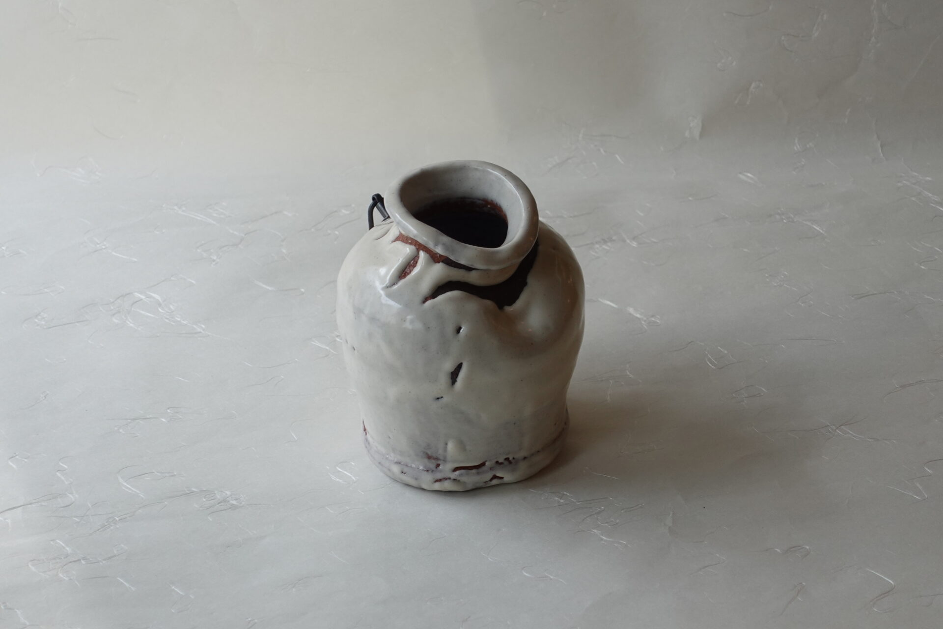 茶道 茶の湯 茶道具 萩焼 原節夫 掛け花入れ すいはつ 小ぶり うずくまる 大胆 力強い 大ぶり 丸み ろくろ目 艶深い ぽってり 荒々しい 花を引き立ててくれる 花が活けやすい 季節 侘び茶 寂び 美濃焼 鉄瓶 陶器 漆 漆器 有田焼 金継ぎ 焼き物 食器 陶磁器 伝統工芸品 茶碗 工芸品 九谷焼 南部鉄器 陶芸 陶器市 岐阜 焼き物 磁器 瀬戸物 岐阜県 岐阜市 美殿町６−番地 小林漆陶 漆塗り器 織部焼 小林漆器 箸 金継ぎ お香 食器 茶道具 陶器 美濃焼専門店 お皿 ceramics ih pottery うつわ うつわ屋 お皿屋さん お茶 お茶碗 お箸 かまど この辺に陶器屋さんってあります とうきいち やきもの ガラス工房 ギフト　ギフトショップ マグカップ モダン焼物 レンジできる陶器 切子 南部鉄器 どこ　岐阜市南部鉄器販売店 南部鉄器購入 岐阜県器屋 土鍋 岐阜小洒落たお皿 お椀が出る店 器 塗り物 漆塗り 陶器屋さん 食器屋さん お椀 ひのき 岐阜城周辺茶道具 販売陶器 販売陶器屋さん 陶器店 漆器店 岐阜有名な器屋さん 岐阜県食器売ってるところ 岐阜駅 陶器工芸品店 徳利 売ってる店 急須販売 扇子 抹茶 掛け軸 修復 日本陶瓷 漆器 木の食器 樺細工 江戸切子 食器 漆の器 漆器 うるし 漆器店 漆塗 漆椀 火鉢 灰 美殿町商店街 美濃焼ショップ 岐阜市 湯呑み お店 付近 美濃焼き専門店 美濃焼販売 花瓶 茶器 オンライン輪島塗 なつめ 店近くのガラス屋さん 近くの陶器屋さん 酒器 ガラス 金継ぎ依頼 岐阜鉄器鉄瓶 取扱店 Japanese 陶器 修理 陶器専門店 陶器小売店 岐阜陶器屋 陶器店 陶磁器 陶磁器専門店 陶芸家 おすすめ お店 岐阜食洗機対応 漆椀 Gifu JapanesetablewareJapanesecrafts Japaneseceramics Japanesepottery Handcrafted TraditionalCrafts Japaneseculture Traditionalart Japaneseteautensils TeaCeremony Japaneselacquerware 棗 お茶道具セット 近くの茶道具店 荒目板 茶道具の扱い方 一閑茶張り 茶道具一式 糸巻棚 裏千家入門セット 薄板 歌花筒 茶道具通販 裏千家 円座 干支扇子 オンラインショップ 茶道具オンライン 茶道稽古セット 表千家茶道具 お抹茶セット 釜 かいし 懐紙 菓子器 懐紙入れ 皆具 官休庵 黒文字 桑小卓 黒茶碗 黒柿 建水 結界 携帯用茶道具 稽古用茶道具 香合 香炉 茶通箱 初心者セット 仕覆 茶道具収納箱 敷板 杓立て すいはつ 数寄屋袋 透木釜 数茶碗 炭斗 水滴 すいはつ 茶道具専門店