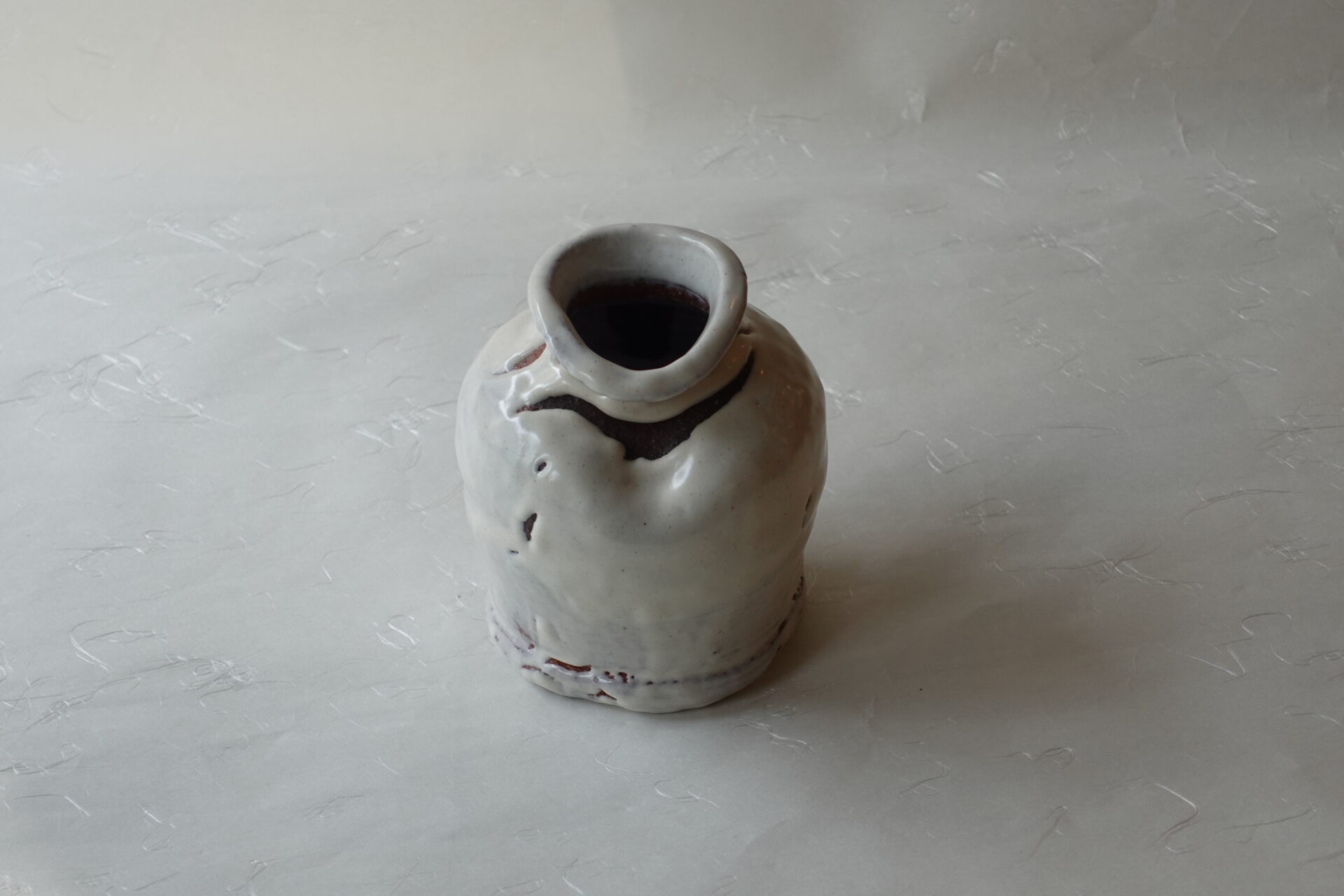 茶道 茶の湯 茶道具 萩焼 原節夫 掛け花入れ すいはつ 小ぶり うずくまる 大胆 力強い 大ぶり 丸み ろくろ目 艶深い ぽってり 荒々しい 花を引き立ててくれる 花が活けやすい 季節 侘び茶 寂び 美濃焼 鉄瓶 陶器 漆 漆器 有田焼 金継ぎ 焼き物 食器 陶磁器 伝統工芸品 茶碗 工芸品 九谷焼 南部鉄器 陶芸 陶器市 岐阜 焼き物 磁器 瀬戸物 岐阜県 岐阜市 美殿町６−番地 小林漆陶 漆塗り器 織部焼 小林漆器 箸 金継ぎ お香 食器 茶道具 陶器 美濃焼専門店 お皿 ceramics ih pottery うつわ うつわ屋 お皿屋さん お茶 お茶碗 お箸 かまど この辺に陶器屋さんってあります とうきいち やきもの ガラス工房 ギフト　ギフトショップ マグカップ モダン焼物 レンジできる陶器 切子 南部鉄器 どこ　岐阜市南部鉄器販売店 南部鉄器購入 岐阜県器屋 土鍋 岐阜小洒落たお皿 お椀が出る店 器 塗り物 漆塗り 陶器屋さん 食器屋さん お椀 ひのき 岐阜城周辺茶道具 販売陶器 販売陶器屋さん 陶器店 漆器店 岐阜有名な器屋さん 岐阜県食器売ってるところ 岐阜駅 陶器工芸品店 徳利 売ってる店 急須販売 扇子 抹茶 掛け軸 修復 日本陶瓷 漆器 木の食器 樺細工 江戸切子 食器 漆の器 漆器 うるし 漆器店 漆塗 漆椀 火鉢 灰 美殿町商店街 美濃焼ショップ 岐阜市 湯呑み お店 付近 美濃焼き専門店 美濃焼販売 花瓶 茶器 オンライン輪島塗 なつめ 店近くのガラス屋さん 近くの陶器屋さん 酒器 ガラス 金継ぎ依頼 岐阜鉄器鉄瓶 取扱店 Japanese 陶器 修理 陶器専門店 陶器小売店 岐阜陶器屋 陶器店 陶磁器 陶磁器専門店 陶芸家 おすすめ お店 岐阜食洗機対応 漆椀 Gifu JapanesetablewareJapanesecrafts Japaneseceramics Japanesepottery Handcrafted TraditionalCrafts Japaneseculture Traditionalart Japaneseteautensils TeaCeremony Japaneselacquerware 棗 お茶道具セット 近くの茶道具店 荒目板 茶道具の扱い方 一閑茶張り 茶道具一式 糸巻棚 裏千家入門セット 薄板 歌花筒 茶道具通販 裏千家 円座 干支扇子 オンラインショップ 茶道具オンライン 茶道稽古セット 表千家茶道具 お抹茶セット 釜 かいし 懐紙 菓子器 懐紙入れ 皆具 官休庵 黒文字 桑小卓 黒茶碗 黒柿 建水 結界 携帯用茶道具 稽古用茶道具 香合 香炉 茶通箱 初心者セット 仕覆 茶道具収納箱 敷板 杓立て すいはつ 数寄屋袋 透木釜 数茶碗 炭斗 水滴 すいはつ 茶道具専門店